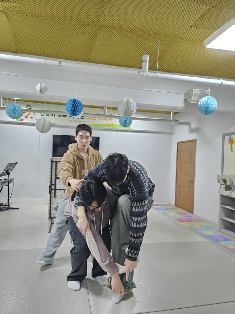 YTo0MTp7czo4OiJGaWxlTmFtZSI7czo0MDoiZGJhNjliYWMtN2EzMC00ZDk0LTk2ODEtOWVkMjQ1N2M3ZWM0LmpwZyI7czoxMjoiRmlsZURhdGVUaW1lIjtpOjE3NDIyNTk0Mjk7czo4OiJGaWxlU2l6ZSI7aTo1NDQwNTc7czo4OiJGaWxlVHlwZSI7aToyO3M6ODoiTWltZVR5cGUiO3M6MTA6ImltYWdlL2pwZWciO3M6MTM6IlNlY3Rpb25zRm91bmQiO3M6MzA6IkFOWV9UQUcsIElGRDAsIFRIVU1CTkFJTCwgRVhJRiI7czo4OiJDT01QVVRFRCI7YTo4OntzOjQ6Imh0bWwiO3M6MjU6IndpZHRoPSI3NTAiIGhlaWdodD0iMTAwMCIiO3M6NjoiSGVpZ2h0IjtpOjEwMDA7czo1OiJXaWR0aCI7aTo3NTA7czo3OiJJc0NvbG9yIjtpOjE7czoxNzoiQnl0ZU9yZGVyTW90b3JvbGEiO2k6MDtzOjE1OiJBcGVydHVyZUZOdW1iZXIiO3M6NToiZi8xLjgiO3M6MTg6IlRodW1ibmFpbC5GaWxlVHlwZSI7aToyO3M6MTg6IlRodW1ibmFpbC5NaW1lVHlwZSI7czoxMDoiaW1hZ2UvanBlZyI7fXM6NDoiTWFrZSI7czo3OiJzYW1zdW5nIjtzOjU6Ik1vZGVsIjtzOjE0OiJHYWxheHkgWiBGbGlwNSI7czoxMToiWFJlc29sdXRpb24iO3M6NToiMjQwLzEiO3M6MTE6IllSZXNvbHV0aW9uIjtzOjU6IjI0MC8xIjtzOjE0OiJSZXNvbHV0aW9uVW5pdCI7aToyO3M6ODoiU29mdHdhcmUiO3M6NTA6IkFkb2JlIFBob3Rvc2hvcCBMaWdodHJvb20gQ2xhc3NpYyAxNC4yIChNYWNpbnRvc2gpIjtzOjg6IkRhdGVUaW1lIjtzOjE5OiIyMDI1OjAzOjE4IDA5OjU2OjUyIjtzOjE2OiJFeGlmX0lGRF9Qb2ludGVyIjtpOjIyMjtzOjk6IlRIVU1CTkFJTCI7YTo2OntzOjExOiJDb21wcmVzc2lvbiI7aTo2O3M6MTE6IlhSZXNvbHV0aW9uIjtzOjQ6IjcyLzEiO3M6MTE6IllSZXNvbHV0aW9uIjtzOjQ6IjcyLzEiO3M6MTQ6IlJlc29sdXRpb25Vbml0IjtpOjI7czoyMToiSlBFR0ludGVyY2hhbmdlRm9ybWF0IjtpOjc1MDtzOjI3OiJKUEVHSW50ZXJjaGFuZ2VGb3JtYXRMZW5ndGgiO2k6MTMyNTk7fXM6MTI6IkV4cG9zdXJlVGltZSI7czo1OiIxLzEyMCI7czo3OiJGTnVtYmVyIjtzOjU6IjE4LzEwIjtzOjE1OiJFeHBvc3VyZVByb2dyYW0iO2k6MjtzOjE1OiJJU09TcGVlZFJhdGluZ3MiO2k6NjQwO3M6MTE6IkV4aWZWZXJzaW9uIjtzOjQ6IjAyMzEiO3M6MTY6IkRhdGVUaW1lT3JpZ2luYWwiO3M6MTk6IjIwMjU6MDM6MTYgMTY6NDQ6MjEiO3M6MTc6IkRhdGVUaW1lRGlnaXRpemVkIjtzOjE5OiIyMDI1OjAzOjE2IDE2OjQ0OjIxIjtzOjE5OiJVbmRlZmluZWRUYWc6MHg5MDEwIjtzOjY6IiswOTowMCI7czoxOToiVW5kZWZpbmVkVGFnOjB4OTAxMSI7czo2OiIrMDk6MDAiO3M6MTc6IlNodXR0ZXJTcGVlZFZhbHVlIjtzOjE1OiI2OTA2ODkxLzEwMDAwMDAiO3M6MTM6IkFwZXJ0dXJlVmFsdWUiO3M6MTU6IjE2OTU5OTQvMTAwMDAwMCI7czoxNToiQnJpZ2h0bmVzc1ZhbHVlIjtzOjc6IjEwNi8xMDAiO3M6MTc6IkV4cG9zdXJlQmlhc1ZhbHVlIjtzOjU6IjAvMTAwIjtzOjE2OiJNYXhBcGVydHVyZVZhbHVlIjtzOjc6IjE2OS8xMDAiO3M6MTI6Ik1ldGVyaW5nTW9kZSI7aToyO3M6NToiRmxhc2giO2k6MDtzOjExOiJGb2NhbExlbmd0aCI7czo3OiI1MDAvMTAwIjtzOjE4OiJTdWJTZWNUaW1lT3JpZ2luYWwiO3M6MzoiOTM4IjtzOjE5OiJTdWJTZWNUaW1lRGlnaXRpemVkIjtzOjM6IjkzOCI7czoxMDoiQ29sb3JTcGFjZSI7aTo2NTUzNTtzOjEyOiJFeHBvc3VyZU1vZGUiO2k6MDtzOjEyOiJXaGl0ZUJhbGFuY2UiO2k6MDtzOjE2OiJEaWdpdGFsWm9vbVJhdGlvIjtzOjc6IjEwMC8xMDAiO3M6MjE6IkZvY2FsTGVuZ3RoSW4zNW1tRmlsbSI7aToyNDtzOjE2OiJTY2VuZUNhcHR1cmVUeXBlIjtpOjA7fQ==