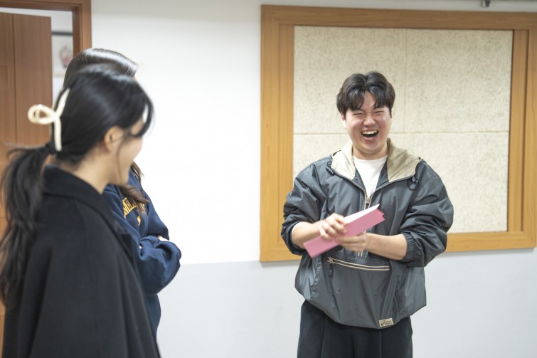 YTo1ODp7czo4OiJGaWxlTmFtZSI7czo0MDoiMDEwMTY3ZTUtMDFlMy00MWI4LWFkNWEtZmI1ZTAxNTIwMjUxLmpwZyI7czoxMjoiRmlsZURhdGVUaW1lIjtpOjE3NDIyNTkyNDQ7czo4OiJGaWxlU2l6ZSI7aTo5ODA1MjY7czo4OiJGaWxlVHlwZSI7aToyO3M6ODoiTWltZVR5cGUiO3M6MTA6ImltYWdlL2pwZWciO3M6MTM6IlNlY3Rpb25zRm91bmQiO3M6MzA6IkFOWV9UQUcsIElGRDAsIFRIVU1CTkFJTCwgRVhJRiI7czo4OiJDT01QVVRFRCI7YTo5OntzOjQ6Imh0bWwiO3M6MjY6IndpZHRoPSIxNzUyIiBoZWlnaHQ9IjExNjgiIjtzOjY6IkhlaWdodCI7aToxMTY4O3M6NToiV2lkdGgiO2k6MTc1MjtzOjc6IklzQ29sb3IiO2k6MTtzOjE3OiJCeXRlT3JkZXJNb3Rvcm9sYSI7aTowO3M6MTU6IkFwZXJ0dXJlRk51bWJlciI7czo1OiJmLzIuOCI7czo5OiJDb3B5cmlnaHQiO3M6NDoiWUFCQyI7czoxODoiVGh1bWJuYWlsLkZpbGVUeXBlIjtpOjI7czoxODoiVGh1bWJuYWlsLk1pbWVUeXBlIjtzOjEwOiJpbWFnZS9qcGVnIjt9czo0OiJNYWtlIjtzOjQ6IlNPTlkiO3M6NToiTW9kZWwiO3M6ODoiSUxDRS03TTQiO3M6MTE6IlhSZXNvbHV0aW9uIjtzOjU6IjI0MC8xIjtzOjExOiJZUmVzb2x1dGlvbiI7czo1OiIyNDAvMSI7czoxNDoiUmVzb2x1dGlvblVuaXQiO2k6MjtzOjg6IlNvZnR3YXJlIjtzOjUwOiJBZG9iZSBQaG90b3Nob3AgTGlnaHRyb29tIENsYXNzaWMgMTQuMiAoTWFjaW50b3NoKSI7czo4OiJEYXRlVGltZSI7czoxOToiMjAyNTowMzoxOCAwOTo1MjoyMSI7czo2OiJBcnRpc3QiO3M6NzoiWUFCQ19TRyI7czo5OiJDb3B5cmlnaHQiO3M6NDoiWUFCQyI7czoxNjoiRXhpZl9JRkRfUG9pbnRlciI7aToyNTI7czo5OiJUSFVNQk5BSUwiO2E6Njp7czoxMToiQ29tcHJlc3Npb24iO2k6NjtzOjExOiJYUmVzb2x1dGlvbiI7czo0OiI3Mi8xIjtzOjExOiJZUmVzb2x1dGlvbiI7czo0OiI3Mi8xIjtzOjE0OiJSZXNvbHV0aW9uVW5pdCI7aToyO3M6MjE6IkpQRUdJbnRlcmNoYW5nZUZvcm1hdCI7aToxMDM4O3M6Mjc6IkpQRUdJbnRlcmNoYW5nZUZvcm1hdExlbmd0aCI7aToxMTQxMzt9czoxMjoiRXhwb3N1cmVUaW1lIjtzOjU6IjEvMTAwIjtzOjc6IkZOdW1iZXIiO3M6NToiMjgvMTAiO3M6MTU6IkV4cG9zdXJlUHJvZ3JhbSI7aToxO3M6MTU6IklTT1NwZWVkUmF0aW5ncyI7aToxNjA7czoxOToiVW5kZWZpbmVkVGFnOjB4ODgzMCI7aToyO3M6MTk6IlVuZGVmaW5lZFRhZzoweDg4MzIiO2k6MTYwO3M6MTE6IkV4aWZWZXJzaW9uIjtzOjQ6IjAyMzIiO3M6MTY6IkRhdGVUaW1lT3JpZ2luYWwiO3M6MTk6IjIwMjU6MDM6MTYgMTU6NDE6MjIiO3M6MTc6IkRhdGVUaW1lRGlnaXRpemVkIjtzOjE5OiIyMDI1OjAzOjE2IDE1OjQxOjIyIjtzOjE5OiJVbmRlZmluZWRUYWc6MHg5MDEwIjtzOjY6IiswOTowMCI7czoxOToiVW5kZWZpbmVkVGFnOjB4OTAxMSI7czo2OiIrMDk6MDAiO3M6MTk6IlVuZGVmaW5lZFRhZzoweDkwMTIiO3M6NjoiKzA5OjAwIjtzOjE3OiJTaHV0dGVyU3BlZWRWYWx1ZSI7czoxNToiNjY0Mzg1Ni8xMDAwMDAwIjtzOjEzOiJBcGVydHVyZVZhbHVlIjtzOjE1OiIyOTcwODU0LzEwMDAwMDAiO3M6MTU6IkJyaWdodG5lc3NWYWx1ZSI7czo5OiI1NTg0LzI1NjAiO3M6MTc6IkV4cG9zdXJlQmlhc1ZhbHVlIjtzOjQ6IjAvMTAiO3M6MTY6Ik1heEFwZXJ0dXJlVmFsdWUiO3M6NzoiNzYwLzI1NiI7czoxMjoiTWV0ZXJpbmdNb2RlIjtpOjU7czoxMToiTGlnaHRTb3VyY2UiO2k6MDtzOjU6IkZsYXNoIjtpOjEzO3M6MTE6IkZvY2FsTGVuZ3RoIjtzOjY6IjY2MC8xMCI7czoxODoiU3ViU2VjVGltZU9yaWdpbmFsIjtzOjM6IjYzNCI7czoxOToiU3ViU2VjVGltZURpZ2l0aXplZCI7czozOiI2MzQiO3M6MTA6IkNvbG9yU3BhY2UiO2k6NjU1MzU7czoyMToiRm9jYWxQbGFuZVhSZXNvbHV0aW9uIjtzOjE0OiI2NDQ0OTMzOS8zMjc2OCI7czoyMToiRm9jYWxQbGFuZVlSZXNvbHV0aW9uIjtzOjE0OiI2NDQ0OTMzOS8zMjc2OCI7czoyNDoiRm9jYWxQbGFuZVJlc29sdXRpb25Vbml0IjtpOjM7czoxMDoiRmlsZVNvdXJjZSI7czoxOiIDIjtzOjk6IlNjZW5lVHlwZSI7czoxOiIBIjtzOjE0OiJDdXN0b21SZW5kZXJlZCI7aTowO3M6MTI6IkV4cG9zdXJlTW9kZSI7aToxO3M6MTI6IldoaXRlQmFsYW5jZSI7aTowO3M6MTY6IkRpZ2l0YWxab29tUmF0aW8iO3M6NToiMTYvMTYiO3M6MjE6IkZvY2FsTGVuZ3RoSW4zNW1tRmlsbSI7aTo2NjtzOjE2OiJTY2VuZUNhcHR1cmVUeXBlIjtpOjA7czo4OiJDb250cmFzdCI7aTowO3M6MTA6IlNhdHVyYXRpb24iO2k6MDtzOjk6IlNoYXJwbmVzcyI7aTowO3M6MTk6IlVuZGVmaW5lZFRhZzoweEE0MzIiO2E6NDp7aTowO3M6NjoiMjQwLzEwIjtpOjE7czo2OiI3MDAvMTAiO2k6MjtzOjU6IjI4LzEwIjtpOjM7czo1OiIyOC8xMCI7fXM6MTk6IlVuZGVmaW5lZFRhZzoweEE0MzQiO3M6MjE6IkZFIDI0LTcwbW0gRjIuOCBHTSBJSSI7fQ==