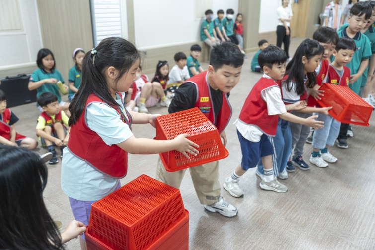 YTo1ODp7czo4OiJGaWxlTmFtZSI7czo0MDoiMDYyYjI1MDMtZWFiNy00MmQ5LWFiNTYtODc1Y2MwYTI1NjA1LmpwZyI7czoxMjoiRmlsZURhdGVUaW1lIjtpOjE3NTA0ODMyMzE7czo4OiJGaWxlU2l6ZSI7aToxNDg4Mzg4O3M6ODoiRmlsZVR5cGUiO2k6MjtzOjg6Ik1pbWVUeXBlIjtzOjEwOiJpbWFnZS9qcGVnIjtzOjEzOiJTZWN0aW9uc0ZvdW5kIjtzOjMwOiJBTllfVEFHLCBJRkQwLCBUSFVNQk5BSUwsIEVYSUYiO3M6ODoiQ09NUFVURUQiO2E6OTp7czo0OiJodG1sIjtzOjI2OiJ3aWR0aD0iMTc1MiIgaGVpZ2h0PSIxMTY4IiI7czo2OiJIZWlnaHQiO2k6MTE2ODtzOjU6IldpZHRoIjtpOjE3NTI7czo3OiJJc0NvbG9yIjtpOjE7czoxNzoiQnl0ZU9yZGVyTW90b3JvbGEiO2k6MDtzOjE1OiJBcGVydHVyZUZOdW1iZXIiO3M6NToiZi8yLjgiO3M6OToiQ29weXJpZ2h0IjtzOjQ6IllBQkMiO3M6MTg6IlRodW1ibmFpbC5GaWxlVHlwZSI7aToyO3M6MTg6IlRodW1ibmFpbC5NaW1lVHlwZSI7czoxMDoiaW1hZ2UvanBlZyI7fXM6NDoiTWFrZSI7czo0OiJTT05ZIjtzOjU6Ik1vZGVsIjtzOjg6IklMQ0UtN000IjtzOjExOiJYUmVzb2x1dGlvbiI7czo1OiIyNDAvMSI7czoxMToiWVJlc29sdXRpb24iO3M6NToiMjQwLzEiO3M6MTQ6IlJlc29sdXRpb25Vbml0IjtpOjI7czo4OiJTb2Z0d2FyZSI7czo1MjoiQWRvYmUgUGhvdG9zaG9wIExpZ2h0cm9vbSBDbGFzc2ljIDE0LjMuMSAoTWFjaW50b3NoKSI7czo4OiJEYXRlVGltZSI7czoxOToiMjAyNTowNjoyMSAxNDoxNDozMyI7czo2OiJBcnRpc3QiO3M6NzoiWUFCQ19TRyI7czo5OiJDb3B5cmlnaHQiO3M6NDoiWUFCQyI7czoxNjoiRXhpZl9JRkRfUG9pbnRlciI7aToyNTQ7czo5OiJUSFVNQk5BSUwiO2E6Njp7czoxMToiQ29tcHJlc3Npb24iO2k6NjtzOjExOiJYUmVzb2x1dGlvbiI7czo0OiI3Mi8xIjtzOjExOiJZUmVzb2x1dGlvbiI7czo0OiI3Mi8xIjtzOjE0OiJSZXNvbHV0aW9uVW5pdCI7aToyO3M6MjE6IkpQRUdJbnRlcmNoYW5nZUZvcm1hdCI7aToxMDQwO3M6Mjc6IkpQRUdJbnRlcmNoYW5nZUZvcm1hdExlbmd0aCI7aToxOTI4Njt9czoxMjoiRXhwb3N1cmVUaW1lIjtzOjQ6IjEvNjAiO3M6NzoiRk51bWJlciI7czo1OiIyOC8xMCI7czoxNToiRXhwb3N1cmVQcm9ncmFtIjtpOjE7czoxNToiSVNPU3BlZWRSYXRpbmdzIjtpOjMyMDtzOjE5OiJVbmRlZmluZWRUYWc6MHg4ODMwIjtpOjI7czoxOToiVW5kZWZpbmVkVGFnOjB4ODgzMiI7aTozMjA7czoxMToiRXhpZlZlcnNpb24iO3M6NDoiMDIzMiI7czoxNjoiRGF0ZVRpbWVPcmlnaW5hbCI7czoxOToiMjAyNTowNjoyMSAxMDo0NjowMSI7czoxNzoiRGF0ZVRpbWVEaWdpdGl6ZWQiO3M6MTk6IjIwMjU6MDY6MjEgMTA6NDY6MDEiO3M6MTk6IlVuZGVmaW5lZFRhZzoweDkwMTAiO3M6NjoiKzA5OjAwIjtzOjE5OiJVbmRlZmluZWRUYWc6MHg5MDExIjtzOjY6IiswOTowMCI7czoxOToiVW5kZWZpbmVkVGFnOjB4OTAxMiI7czo2OiIrMDk6MDAiO3M6MTc6IlNodXR0ZXJTcGVlZFZhbHVlIjtzOjE1OiI1OTA2ODkxLzEwMDAwMDAiO3M6MTM6IkFwZXJ0dXJlVmFsdWUiO3M6MTU6IjI5NzA4NTQvMTAwMDAwMCI7czoxNToiQnJpZ2h0bmVzc1ZhbHVlIjtzOjk6IjUyMDQvMjU2MCI7czoxNzoiRXhwb3N1cmVCaWFzVmFsdWUiO3M6NDoiMC8xMCI7czoxNjoiTWF4QXBlcnR1cmVWYWx1ZSI7czo3OiI3NjAvMjU2IjtzOjEyOiJNZXRlcmluZ01vZGUiO2k6NTtzOjExOiJMaWdodFNvdXJjZSI7aTowO3M6NToiRmxhc2giO2k6MTM7czoxMToiRm9jYWxMZW5ndGgiO3M6NjoiMzEwLzEwIjtzOjE4OiJTdWJTZWNUaW1lT3JpZ2luYWwiO3M6MzoiNzAyIjtzOjE5OiJTdWJTZWNUaW1lRGlnaXRpemVkIjtzOjM6IjcwMiI7czoxMDoiQ29sb3JTcGFjZSI7aTo2NTUzNTtzOjIxOiJGb2NhbFBsYW5lWFJlc29sdXRpb24iO3M6MTQ6IjY0NDQ5MzM5LzMyNzY4IjtzOjIxOiJGb2NhbFBsYW5lWVJlc29sdXRpb24iO3M6MTQ6IjY0NDQ5MzM5LzMyNzY4IjtzOjI0OiJGb2NhbFBsYW5lUmVzb2x1dGlvblVuaXQiO2k6MztzOjEwOiJGaWxlU291cmNlIjtzOjE6IgMiO3M6OToiU2NlbmVUeXBlIjtzOjE6IgEiO3M6MTQ6IkN1c3RvbVJlbmRlcmVkIjtpOjA7czoxMjoiRXhwb3N1cmVNb2RlIjtpOjE7czoxMjoiV2hpdGVCYWxhbmNlIjtpOjE7czoxNjoiRGlnaXRhbFpvb21SYXRpbyI7czo1OiIxNi8xNiI7czoyMToiRm9jYWxMZW5ndGhJbjM1bW1GaWxtIjtpOjMxO3M6MTY6IlNjZW5lQ2FwdHVyZVR5cGUiO2k6MDtzOjg6IkNvbnRyYXN0IjtpOjA7czoxMDoiU2F0dXJhdGlvbiI7aTowO3M6OToiU2hhcnBuZXNzIjtpOjA7czoxOToiVW5kZWZpbmVkVGFnOjB4QTQzMiI7YTo0OntpOjA7czo2OiIyNDAvMTAiO2k6MTtzOjY6IjcwMC8xMCI7aToyO3M6NToiMjgvMTAiO2k6MztzOjU6IjI4LzEwIjt9czoxOToiVW5kZWZpbmVkVGFnOjB4QTQzNCI7czoyMToiRkUgMjQtNzBtbSBGMi44IEdNIElJIjt9