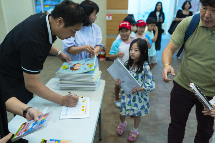 YTo1ODp7czo4OiJGaWxlTmFtZSI7czo0MDoiMDlhNjZhZmItY2RmNS00ODg1LWJmNmQtYjIwNTQ1MTA2NDlmLmpwZyI7czoxMjoiRmlsZURhdGVUaW1lIjtpOjE3NTg1OTc5NDc7czo4OiJGaWxlU2l6ZSI7aToyNTk1NTk4O3M6ODoiRmlsZVR5cGUiO2k6MjtzOjg6Ik1pbWVUeXBlIjtzOjEwOiJpbWFnZS9qcGVnIjtzOjEzOiJTZWN0aW9uc0ZvdW5kIjtzOjMwOiJBTllfVEFHLCBJRkQwLCBUSFVNQk5BSUwsIEVYSUYiO3M6ODoiQ09NUFVURUQiO2E6OTp7czo0OiJodG1sIjtzOjI2OiJ3aWR0aD0iMjcwNyIgaGVpZ2h0PSIxODA1IiI7czo2OiJIZWlnaHQiO2k6MTgwNTtzOjU6IldpZHRoIjtpOjI3MDc7czo3OiJJc0NvbG9yIjtpOjE7czoxNzoiQnl0ZU9yZGVyTW90b3JvbGEiO2k6MDtzOjE1OiJBcGVydHVyZUZOdW1iZXIiO3M6NToiZi8yLjgiO3M6OToiQ29weXJpZ2h0IjtzOjQ6IllBQkMiO3M6MTg6IlRodW1ibmFpbC5GaWxlVHlwZSI7aToyO3M6MTg6IlRodW1ibmFpbC5NaW1lVHlwZSI7czoxMDoiaW1hZ2UvanBlZyI7fXM6NDoiTWFrZSI7czo0OiJTT05ZIjtzOjU6Ik1vZGVsIjtzOjg6IklMQ0UtN000IjtzOjExOiJYUmVzb2x1dGlvbiI7czo1OiIyNDAvMSI7czoxMToiWVJlc29sdXRpb24iO3M6NToiMjQwLzEiO3M6MTQ6IlJlc29sdXRpb25Vbml0IjtpOjI7czo4OiJTb2Z0d2FyZSI7czo1MjoiQWRvYmUgUGhvdG9zaG9wIExpZ2h0cm9vbSBDbGFzc2ljIDE0LjEuMSAoTWFjaW50b3NoKSI7czo4OiJEYXRlVGltZSI7czoxOToiMjAyNTowOToyMyAxMjoxNjowNSI7czo2OiJBcnRpc3QiO3M6NzoiWUFCQ19TRyI7czo5OiJDb3B5cmlnaHQiO3M6NDoiWUFCQyI7czoxNjoiRXhpZl9JRkRfUG9pbnRlciI7aToyNTQ7czo5OiJUSFVNQk5BSUwiO2E6Njp7czoxMToiQ29tcHJlc3Npb24iO2k6NjtzOjExOiJYUmVzb2x1dGlvbiI7czo0OiI3Mi8xIjtzOjExOiJZUmVzb2x1dGlvbiI7czo0OiI3Mi8xIjtzOjE0OiJSZXNvbHV0aW9uVW5pdCI7aToyO3M6MjE6IkpQRUdJbnRlcmNoYW5nZUZvcm1hdCI7aToxMDQwO3M6Mjc6IkpQRUdJbnRlcmNoYW5nZUZvcm1hdExlbmd0aCI7aToxODI4Mjt9czoxMjoiRXhwb3N1cmVUaW1lIjtzOjU6IjEvMjAwIjtzOjc6IkZOdW1iZXIiO3M6NToiMjgvMTAiO3M6MTU6IkV4cG9zdXJlUHJvZ3JhbSI7aToxO3M6MTU6IklTT1NwZWVkUmF0aW5ncyI7aTo2NDA7czoxOToiVW5kZWZpbmVkVGFnOjB4ODgzMCI7aToyO3M6MTk6IlVuZGVmaW5lZFRhZzoweDg4MzIiO2k6NjQwO3M6MTE6IkV4aWZWZXJzaW9uIjtzOjQ6IjAyMzIiO3M6MTY6IkRhdGVUaW1lT3JpZ2luYWwiO3M6MTk6IjIwMjU6MDk6MjEgMTM6MTU6MDUiO3M6MTc6IkRhdGVUaW1lRGlnaXRpemVkIjtzOjE5OiIyMDI1OjA5OjIxIDEzOjE1OjA1IjtzOjE5OiJVbmRlZmluZWRUYWc6MHg5MDEwIjtzOjY6IiswOTowMCI7czoxOToiVW5kZWZpbmVkVGFnOjB4OTAxMSI7czo2OiIrMDk6MDAiO3M6MTk6IlVuZGVmaW5lZFRhZzoweDkwMTIiO3M6NjoiKzA5OjAwIjtzOjE3OiJTaHV0dGVyU3BlZWRWYWx1ZSI7czoxNToiNzY0Mzg1Ni8xMDAwMDAwIjtzOjEzOiJBcGVydHVyZVZhbHVlIjtzOjE1OiIyOTcwODU0LzEwMDAwMDAiO3M6MTU6IkJyaWdodG5lc3NWYWx1ZSI7czo5OiI2OTA0LzI1NjAiO3M6MTc6IkV4cG9zdXJlQmlhc1ZhbHVlIjtzOjQ6IjAvMTAiO3M6MTY6Ik1heEFwZXJ0dXJlVmFsdWUiO3M6NzoiNzYwLzI1NiI7czoxMjoiTWV0ZXJpbmdNb2RlIjtpOjU7czoxMToiTGlnaHRTb3VyY2UiO2k6MjU1O3M6NToiRmxhc2giO2k6MTY7czoxMToiRm9jYWxMZW5ndGgiO3M6NjoiMjkwLzEwIjtzOjE4OiJTdWJTZWNUaW1lT3JpZ2luYWwiO3M6MzoiOTEyIjtzOjE5OiJTdWJTZWNUaW1lRGlnaXRpemVkIjtzOjM6IjkxMiI7czoxMDoiQ29sb3JTcGFjZSI7aTo2NTUzNTtzOjIxOiJGb2NhbFBsYW5lWFJlc29sdXRpb24iO3M6MTQ6IjY0NDQ5MzM5LzMyNzY4IjtzOjIxOiJGb2NhbFBsYW5lWVJlc29sdXRpb24iO3M6MTQ6IjY0NDQ5MzM5LzMyNzY4IjtzOjI0OiJGb2NhbFBsYW5lUmVzb2x1dGlvblVuaXQiO2k6MztzOjEwOiJGaWxlU291cmNlIjtzOjE6IgMiO3M6OToiU2NlbmVUeXBlIjtzOjE6IgEiO3M6MTQ6IkN1c3RvbVJlbmRlcmVkIjtpOjA7czoxMjoiRXhwb3N1cmVNb2RlIjtpOjE7czoxMjoiV2hpdGVCYWxhbmNlIjtpOjE7czoxNjoiRGlnaXRhbFpvb21SYXRpbyI7czo1OiIxNi8xNiI7czoyMToiRm9jYWxMZW5ndGhJbjM1bW1GaWxtIjtpOjI5O3M6MTY6IlNjZW5lQ2FwdHVyZVR5cGUiO2k6MDtzOjg6IkNvbnRyYXN0IjtpOjA7czoxMDoiU2F0dXJhdGlvbiI7aTowO3M6OToiU2hhcnBuZXNzIjtpOjA7czoxOToiVW5kZWZpbmVkVGFnOjB4QTQzMiI7YTo0OntpOjA7czo2OiIyNDAvMTAiO2k6MTtzOjY6IjcwMC8xMCI7aToyO3M6NToiMjgvMTAiO2k6MztzOjU6IjI4LzEwIjt9czoxOToiVW5kZWZpbmVkVGFnOjB4QTQzNCI7czoyMToiRkUgMjQtNzBtbSBGMi44IEdNIElJIjt9