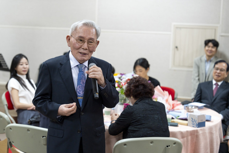 YTo1ODp7czo4OiJGaWxlTmFtZSI7czo0MDoiMGMzOTNiOGEtZGRjMS00ZjA0LTg4MzktMGE1MjVhMTkzZTRmLmpwZyI7czoxMjoiRmlsZURhdGVUaW1lIjtpOjE3MjkwNDY1NTk7czo4OiJGaWxlU2l6ZSI7aToxMDQ2MDU3O3M6ODoiRmlsZVR5cGUiO2k6MjtzOjg6Ik1pbWVUeXBlIjtzOjEwOiJpbWFnZS9qcGVnIjtzOjEzOiJTZWN0aW9uc0ZvdW5kIjtzOjMwOiJBTllfVEFHLCBJRkQwLCBUSFVNQk5BSUwsIEVYSUYiO3M6ODoiQ09NUFVURUQiO2E6OTp7czo0OiJodG1sIjtzOjI2OiJ3aWR0aD0iMTcxOCIgaGVpZ2h0PSIxMTQ1IiI7czo2OiJIZWlnaHQiO2k6MTE0NTtzOjU6IldpZHRoIjtpOjE3MTg7czo3OiJJc0NvbG9yIjtpOjE7czoxNzoiQnl0ZU9yZGVyTW90b3JvbGEiO2k6MDtzOjE1OiJBcGVydHVyZUZOdW1iZXIiO3M6NToiZi8yLjgiO3M6OToiQ29weXJpZ2h0IjtzOjQ6IllBQkMiO3M6MTg6IlRodW1ibmFpbC5GaWxlVHlwZSI7aToyO3M6MTg6IlRodW1ibmFpbC5NaW1lVHlwZSI7czoxMDoiaW1hZ2UvanBlZyI7fXM6NDoiTWFrZSI7czo0OiJTT05ZIjtzOjU6Ik1vZGVsIjtzOjg6IklMQ0UtN000IjtzOjExOiJYUmVzb2x1dGlvbiI7czo1OiIyNDAvMSI7czoxMToiWVJlc29sdXRpb24iO3M6NToiMjQwLzEiO3M6MTQ6IlJlc29sdXRpb25Vbml0IjtpOjI7czo4OiJTb2Z0d2FyZSI7czo1MjoiQWRvYmUgUGhvdG9zaG9wIExpZ2h0cm9vbSBDbGFzc2ljIDEzLjUuMSAoTWFjaW50b3NoKSI7czo4OiJEYXRlVGltZSI7czoxOToiMjAyNDoxMDoxNSAxMDoyMjo0OCI7czo2OiJBcnRpc3QiO3M6NzoiWUFCQ19TRyI7czo5OiJDb3B5cmlnaHQiO3M6NDoiWUFCQyI7czoxNjoiRXhpZl9JRkRfUG9pbnRlciI7aToyNTQ7czo5OiJUSFVNQk5BSUwiO2E6Njp7czoxMToiQ29tcHJlc3Npb24iO2k6NjtzOjExOiJYUmVzb2x1dGlvbiI7czo0OiI3Mi8xIjtzOjExOiJZUmVzb2x1dGlvbiI7czo0OiI3Mi8xIjtzOjE0OiJSZXNvbHV0aW9uVW5pdCI7aToyO3M6MjE6IkpQRUdJbnRlcmNoYW5nZUZvcm1hdCI7aToxMDQwO3M6Mjc6IkpQRUdJbnRlcmNoYW5nZUZvcm1hdExlbmd0aCI7aToxMjcwMDt9czoxMjoiRXhwb3N1cmVUaW1lIjtzOjU6IjEvMTAwIjtzOjc6IkZOdW1iZXIiO3M6NToiMjgvMTAiO3M6MTU6IkV4cG9zdXJlUHJvZ3JhbSI7aToxO3M6MTU6IklTT1NwZWVkUmF0aW5ncyI7aToyNTA7czoxOToiVW5kZWZpbmVkVGFnOjB4ODgzMCI7aToyO3M6MTk6IlVuZGVmaW5lZFRhZzoweDg4MzIiO2k6MjUwO3M6MTE6IkV4aWZWZXJzaW9uIjtzOjQ6IjAyMzIiO3M6MTY6IkRhdGVUaW1lT3JpZ2luYWwiO3M6MTk6IjIwMjQ6MTA6MTMgMTQ6MzY6MzkiO3M6MTc6IkRhdGVUaW1lRGlnaXRpemVkIjtzOjE5OiIyMDI0OjEwOjEzIDE0OjM2OjM5IjtzOjE5OiJVbmRlZmluZWRUYWc6MHg5MDEwIjtzOjY6IiswOTowMCI7czoxOToiVW5kZWZpbmVkVGFnOjB4OTAxMSI7czo2OiIrMDk6MDAiO3M6MTk6IlVuZGVmaW5lZFRhZzoweDkwMTIiO3M6NjoiKzA5OjAwIjtzOjE3OiJTaHV0dGVyU3BlZWRWYWx1ZSI7czoxNToiNjY0Mzg1Ni8xMDAwMDAwIjtzOjEzOiJBcGVydHVyZVZhbHVlIjtzOjE1OiIyOTcwODU0LzEwMDAwMDAiO3M6MTU6IkJyaWdodG5lc3NWYWx1ZSI7czo5OiI1MjQ0LzI1NjAiO3M6MTc6IkV4cG9zdXJlQmlhc1ZhbHVlIjtzOjQ6IjAvMTAiO3M6MTY6Ik1heEFwZXJ0dXJlVmFsdWUiO3M6NzoiNzYwLzI1NiI7czoxMjoiTWV0ZXJpbmdNb2RlIjtpOjI1NTtzOjExOiJMaWdodFNvdXJjZSI7aTowO3M6NToiRmxhc2giO2k6MTY7czoxMToiRm9jYWxMZW5ndGgiO3M6NjoiNzAwLzEwIjtzOjE4OiJTdWJTZWNUaW1lT3JpZ2luYWwiO3M6MzoiNDA1IjtzOjE5OiJTdWJTZWNUaW1lRGlnaXRpemVkIjtzOjM6IjQwNSI7czoxMDoiQ29sb3JTcGFjZSI7aTo2NTUzNTtzOjIxOiJGb2NhbFBsYW5lWFJlc29sdXRpb24iO3M6MTQ6IjY0NDQ5MzM5LzMyNzY4IjtzOjIxOiJGb2NhbFBsYW5lWVJlc29sdXRpb24iO3M6MTQ6IjY0NDQ5MzM5LzMyNzY4IjtzOjI0OiJGb2NhbFBsYW5lUmVzb2x1dGlvblVuaXQiO2k6MztzOjEwOiJGaWxlU291cmNlIjtzOjE6IgMiO3M6OToiU2NlbmVUeXBlIjtzOjE6IgEiO3M6MTQ6IkN1c3RvbVJlbmRlcmVkIjtpOjA7czoxMjoiRXhwb3N1cmVNb2RlIjtpOjE7czoxMjoiV2hpdGVCYWxhbmNlIjtpOjE7czoxNjoiRGlnaXRhbFpvb21SYXRpbyI7czo1OiIxNi8xNiI7czoyMToiRm9jYWxMZW5ndGhJbjM1bW1GaWxtIjtpOjcwO3M6MTY6IlNjZW5lQ2FwdHVyZVR5cGUiO2k6MDtzOjg6IkNvbnRyYXN0IjtpOjA7czoxMDoiU2F0dXJhdGlvbiI7aTowO3M6OToiU2hhcnBuZXNzIjtpOjA7czoxOToiVW5kZWZpbmVkVGFnOjB4QTQzMiI7YTo0OntpOjA7czo2OiIyNDAvMTAiO2k6MTtzOjY6IjcwMC8xMCI7aToyO3M6NToiMjgvMTAiO2k6MztzOjU6IjI4LzEwIjt9czoxOToiVW5kZWZpbmVkVGFnOjB4QTQzNCI7czoyMToiRkUgMjQtNzBtbSBGMi44IEdNIElJIjt9