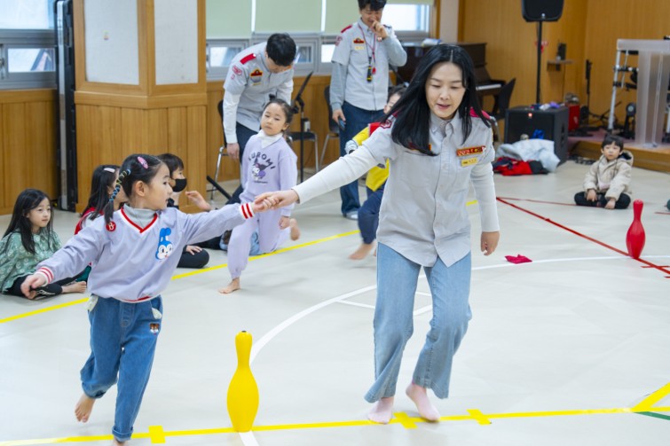 YTo1ODp7czo4OiJGaWxlTmFtZSI7czo0MDoiMGM0OTZmMGItZTJjZS00ZTBiLWEwZmMtNmViOTkyZTU3NzU1LmpwZyI7czoxMjoiRmlsZURhdGVUaW1lIjtpOjE3NDIwMjQ1NDQ7czo4OiJGaWxlU2l6ZSI7aToxMTk4MjQxO3M6ODoiRmlsZVR5cGUiO2k6MjtzOjg6Ik1pbWVUeXBlIjtzOjEwOiJpbWFnZS9qcGVnIjtzOjEzOiJTZWN0aW9uc0ZvdW5kIjtzOjMwOiJBTllfVEFHLCBJRkQwLCBUSFVNQk5BSUwsIEVYSUYiO3M6ODoiQ09NUFVURUQiO2E6OTp7czo0OiJodG1sIjtzOjI2OiJ3aWR0aD0iMTc1MiIgaGVpZ2h0PSIxMTY4IiI7czo2OiJIZWlnaHQiO2k6MTE2ODtzOjU6IldpZHRoIjtpOjE3NTI7czo3OiJJc0NvbG9yIjtpOjE7czoxNzoiQnl0ZU9yZGVyTW90b3JvbGEiO2k6MDtzOjE1OiJBcGVydHVyZUZOdW1iZXIiO3M6NToiZi8yLjgiO3M6OToiQ29weXJpZ2h0IjtzOjQ6IllBQkMiO3M6MTg6IlRodW1ibmFpbC5GaWxlVHlwZSI7aToyO3M6MTg6IlRodW1ibmFpbC5NaW1lVHlwZSI7czoxMDoiaW1hZ2UvanBlZyI7fXM6NDoiTWFrZSI7czo0OiJTT05ZIjtzOjU6Ik1vZGVsIjtzOjg6IklMQ0UtN000IjtzOjExOiJYUmVzb2x1dGlvbiI7czo1OiIyNDAvMSI7czoxMToiWVJlc29sdXRpb24iO3M6NToiMjQwLzEiO3M6MTQ6IlJlc29sdXRpb25Vbml0IjtpOjI7czo4OiJTb2Z0d2FyZSI7czo1MDoiQWRvYmUgUGhvdG9zaG9wIExpZ2h0cm9vbSBDbGFzc2ljIDE0LjIgKE1hY2ludG9zaCkiO3M6ODoiRGF0ZVRpbWUiO3M6MTk6IjIwMjU6MDM6MTUgMTU6NDQ6MzkiO3M6NjoiQXJ0aXN0IjtzOjc6IllBQkNfU0ciO3M6OToiQ29weXJpZ2h0IjtzOjQ6IllBQkMiO3M6MTY6IkV4aWZfSUZEX1BvaW50ZXIiO2k6MjUyO3M6OToiVEhVTUJOQUlMIjthOjY6e3M6MTE6IkNvbXByZXNzaW9uIjtpOjY7czoxMToiWFJlc29sdXRpb24iO3M6NDoiNzIvMSI7czoxMToiWVJlc29sdXRpb24iO3M6NDoiNzIvMSI7czoxNDoiUmVzb2x1dGlvblVuaXQiO2k6MjtzOjIxOiJKUEVHSW50ZXJjaGFuZ2VGb3JtYXQiO2k6MTAzODtzOjI3OiJKUEVHSW50ZXJjaGFuZ2VGb3JtYXRMZW5ndGgiO2k6MTc2MjY7fXM6MTI6IkV4cG9zdXJlVGltZSI7czo1OiIxLzIwMCI7czo3OiJGTnVtYmVyIjtzOjU6IjI4LzEwIjtzOjE1OiJFeHBvc3VyZVByb2dyYW0iO2k6MTtzOjE1OiJJU09TcGVlZFJhdGluZ3MiO2k6NDAwO3M6MTk6IlVuZGVmaW5lZFRhZzoweDg4MzAiO2k6MjtzOjE5OiJVbmRlZmluZWRUYWc6MHg4ODMyIjtpOjQwMDtzOjExOiJFeGlmVmVyc2lvbiI7czo0OiIwMjMyIjtzOjE2OiJEYXRlVGltZU9yaWdpbmFsIjtzOjE5OiIyMDI1OjAzOjE1IDEwOjI1OjMxIjtzOjE3OiJEYXRlVGltZURpZ2l0aXplZCI7czoxOToiMjAyNTowMzoxNSAxMDoyNTozMSI7czoxOToiVW5kZWZpbmVkVGFnOjB4OTAxMCI7czo2OiIrMDk6MDAiO3M6MTk6IlVuZGVmaW5lZFRhZzoweDkwMTEiO3M6NjoiKzA5OjAwIjtzOjE5OiJVbmRlZmluZWRUYWc6MHg5MDEyIjtzOjY6IiswOTowMCI7czoxNzoiU2h1dHRlclNwZWVkVmFsdWUiO3M6MTU6Ijc2NDM4NTYvMTAwMDAwMCI7czoxMzoiQXBlcnR1cmVWYWx1ZSI7czoxNToiMjk3MDg1NC8xMDAwMDAwIjtzOjE1OiJCcmlnaHRuZXNzVmFsdWUiO3M6OToiOTE3NC8yNTYwIjtzOjE3OiJFeHBvc3VyZUJpYXNWYWx1ZSI7czo0OiIwLzEwIjtzOjE2OiJNYXhBcGVydHVyZVZhbHVlIjtzOjc6Ijc2MC8yNTYiO3M6MTI6Ik1ldGVyaW5nTW9kZSI7aTo1O3M6MTE6IkxpZ2h0U291cmNlIjtpOjA7czo1OiJGbGFzaCI7aToxMztzOjExOiJGb2NhbExlbmd0aCI7czo2OiI2MTAvMTAiO3M6MTg6IlN1YlNlY1RpbWVPcmlnaW5hbCI7czozOiIzMDciO3M6MTk6IlN1YlNlY1RpbWVEaWdpdGl6ZWQiO3M6MzoiMzA3IjtzOjEwOiJDb2xvclNwYWNlIjtpOjY1NTM1O3M6MjE6IkZvY2FsUGxhbmVYUmVzb2x1dGlvbiI7czoxNDoiNjQ0NDkzMzkvMzI3NjgiO3M6MjE6IkZvY2FsUGxhbmVZUmVzb2x1dGlvbiI7czoxNDoiNjQ0NDkzMzkvMzI3NjgiO3M6MjQ6IkZvY2FsUGxhbmVSZXNvbHV0aW9uVW5pdCI7aTozO3M6MTA6IkZpbGVTb3VyY2UiO3M6MToiAyI7czo5OiJTY2VuZVR5cGUiO3M6MToiASI7czoxNDoiQ3VzdG9tUmVuZGVyZWQiO2k6MDtzOjEyOiJFeHBvc3VyZU1vZGUiO2k6MTtzOjEyOiJXaGl0ZUJhbGFuY2UiO2k6MDtzOjE2OiJEaWdpdGFsWm9vbVJhdGlvIjtzOjU6IjE2LzE2IjtzOjIxOiJGb2NhbExlbmd0aEluMzVtbUZpbG0iO2k6NjE7czoxNjoiU2NlbmVDYXB0dXJlVHlwZSI7aTowO3M6ODoiQ29udHJhc3QiO2k6MDtzOjEwOiJTYXR1cmF0aW9uIjtpOjA7czo5OiJTaGFycG5lc3MiO2k6MDtzOjE5OiJVbmRlZmluZWRUYWc6MHhBNDMyIjthOjQ6e2k6MDtzOjY6IjI0MC8xMCI7aToxO3M6NjoiNzAwLzEwIjtpOjI7czo1OiIyOC8xMCI7aTozO3M6NToiMjgvMTAiO31zOjE5OiJVbmRlZmluZWRUYWc6MHhBNDM0IjtzOjIxOiJGRSAyNC03MG1tIEYyLjggR00gSUkiO30=