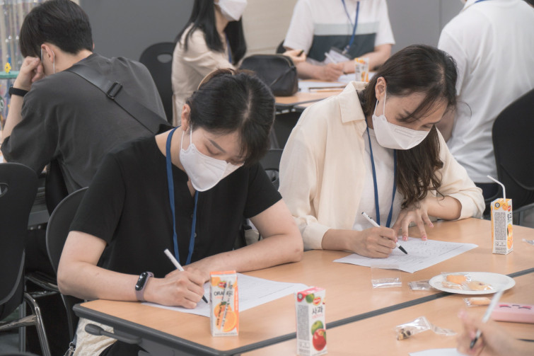 YTo1Mzp7czo4OiJGaWxlTmFtZSI7czo0MDoiMTE2Zjk3OGYtZjMwYy00MWQ3LThlMTYtNjE0NGY4NjU3ZGVjLmpwZyI7czoxMjoiRmlsZURhdGVUaW1lIjtpOjE2NTYzNzYyNjc7czo4OiJGaWxlU2l6ZSI7aToxMDQ4NDIyO3M6ODoiRmlsZVR5cGUiO2k6MjtzOjg6Ik1pbWVUeXBlIjtzOjEwOiJpbWFnZS9qcGVnIjtzOjEzOiJTZWN0aW9uc0ZvdW5kIjtzOjMwOiJBTllfVEFHLCBJRkQwLCBUSFVNQk5BSUwsIEVYSUYiO3M6ODoiQ09NUFVURUQiO2E6OTp7czo0OiJodG1sIjtzOjI2OiJ3aWR0aD0iMjEwMCIgaGVpZ2h0PSIxNDAwIiI7czo2OiJIZWlnaHQiO2k6MTQwMDtzOjU6IldpZHRoIjtpOjIxMDA7czo3OiJJc0NvbG9yIjtpOjE7czoxNzoiQnl0ZU9yZGVyTW90b3JvbGEiO2k6MDtzOjg6IkNDRFdpZHRoIjtzOjM6IjhtbSI7czoxNToiQXBlcnR1cmVGTnVtYmVyIjtzOjU6ImYvNC4wIjtzOjE4OiJUaHVtYm5haWwuRmlsZVR5cGUiO2k6MjtzOjE4OiJUaHVtYm5haWwuTWltZVR5cGUiO3M6MTA6ImltYWdlL2pwZWciO31zOjQ6Ik1ha2UiO3M6NDoiU09OWSI7czo1OiJNb2RlbCI7czo5OiJJTENFLTY1MDAiO3M6MTE6IlhSZXNvbHV0aW9uIjtzOjU6IjI0MC8xIjtzOjExOiJZUmVzb2x1dGlvbiI7czo1OiIyNDAvMSI7czoxNDoiUmVzb2x1dGlvblVuaXQiO2k6MjtzOjg6IlNvZnR3YXJlIjtzOjUyOiJBZG9iZSBQaG90b3Nob3AgTGlnaHRyb29tIENsYXNzaWMgMTEuMy4xIChNYWNpbnRvc2gpIjtzOjg6IkRhdGVUaW1lIjtzOjE5OiIyMDIyOjA2OjIxIDA5OjMwOjAyIjtzOjE2OiJZQ2JDclBvc2l0aW9uaW5nIjtpOjI7czoxOToiUmVmZXJlbmNlQmxhY2tXaGl0ZSI7YTo2OntpOjA7czozOiIwLzEiO2k6MTtzOjU6IjI1NS8xIjtpOjI7czo1OiIxMjgvMSI7aTozO3M6NToiMjU1LzEiO2k6NDtzOjU6IjEyOC8xIjtpOjU7czo1OiIyNTUvMSI7fXM6MTY6IkV4aWZfSUZEX1BvaW50ZXIiO2k6Mjg4O3M6OToiVEhVTUJOQUlMIjthOjY6e3M6MTE6IkNvbXByZXNzaW9uIjtpOjY7czoxMToiWFJlc29sdXRpb24iO3M6NToiMjQwLzEiO3M6MTE6IllSZXNvbHV0aW9uIjtzOjU6IjI0MC8xIjtzOjE0OiJSZXNvbHV0aW9uVW5pdCI7aToyO3M6MjE6IkpQRUdJbnRlcmNoYW5nZUZvcm1hdCI7aTo5MzY7czoyNzoiSlBFR0ludGVyY2hhbmdlRm9ybWF0TGVuZ3RoIjtpOjE3MDc3O31zOjEyOiJFeHBvc3VyZVRpbWUiO3M6NDoiMS82MCI7czo3OiJGTnVtYmVyIjtzOjM6IjQvMSI7czoxNToiRXhwb3N1cmVQcm9ncmFtIjtpOjE7czoxNToiSVNPU3BlZWRSYXRpbmdzIjtpOjIwMDtzOjExOiJFeGlmVmVyc2lvbiI7czo0OiIwMjIxIjtzOjE2OiJEYXRlVGltZU9yaWdpbmFsIjtzOjE5OiIyMDIyOjA2OjE5IDE2OjQ0OjA3IjtzOjE3OiJEYXRlVGltZURpZ2l0aXplZCI7czoxOToiMjAyMjowNjoxOSAxNjo0NDowNyI7czoyMzoiQ29tcG9uZW50c0NvbmZpZ3VyYXRpb24iO3M6NDoiAQIDACI7czoxNzoiU2h1dHRlclNwZWVkVmFsdWUiO3M6MTU6IjU5MDY4OTEvMTAwMDAwMCI7czoxMzoiQXBlcnR1cmVWYWx1ZSI7czozOiI0LzEiO3M6MTU6IkJyaWdodG5lc3NWYWx1ZSI7czo5OiI4Mzg0LzI1NjAiO3M6MTc6IkV4cG9zdXJlQmlhc1ZhbHVlIjtzOjQ6IjAvMTAiO3M6MTY6Ik1heEFwZXJ0dXJlVmFsdWUiO3M6ODoiMTAyNC8yNTYiO3M6MTI6Ik1ldGVyaW5nTW9kZSI7aTozO3M6MTE6IkxpZ2h0U291cmNlIjtpOjA7czo1OiJGbGFzaCI7aToxNjtzOjExOiJGb2NhbExlbmd0aCI7czo2OiI2MzAvMTAiO3M6MTU6IkZsYXNoUGl4VmVyc2lvbiI7czo0OiIwMTAwIjtzOjEwOiJDb2xvclNwYWNlIjtpOjE7czoxNDoiRXhpZkltYWdlV2lkdGgiO2k6MjEwMDtzOjE1OiJFeGlmSW1hZ2VMZW5ndGgiO2k6MTQwMDtzOjIxOiJGb2NhbFBsYW5lWFJlc29sdXRpb24iO3M6MTQ6IjgzNjYyOTc5LzMyNzY4IjtzOjIxOiJGb2NhbFBsYW5lWVJlc29sdXRpb24iO3M6MTQ6IjgzNjYyOTc5LzMyNzY4IjtzOjI0OiJGb2NhbFBsYW5lUmVzb2x1dGlvblVuaXQiO2k6MztzOjEwOiJGaWxlU291cmNlIjtzOjE6IgMiO3M6OToiU2NlbmVUeXBlIjtzOjE6IgEiO3M6MTQ6IkN1c3RvbVJlbmRlcmVkIjtpOjA7czoxMjoiRXhwb3N1cmVNb2RlIjtpOjE7czoxMjoiV2hpdGVCYWxhbmNlIjtpOjE7czoxNjoiRGlnaXRhbFpvb21SYXRpbyI7czo1OiIxNi8xNiI7czoyMToiRm9jYWxMZW5ndGhJbjM1bW1GaWxtIjtpOjk0O3M6MTY6IlNjZW5lQ2FwdHVyZVR5cGUiO2k6MDtzOjg6IkNvbnRyYXN0IjtpOjA7czoxMDoiU2F0dXJhdGlvbiI7aTowO3M6OToiU2hhcnBuZXNzIjtpOjA7fQ==