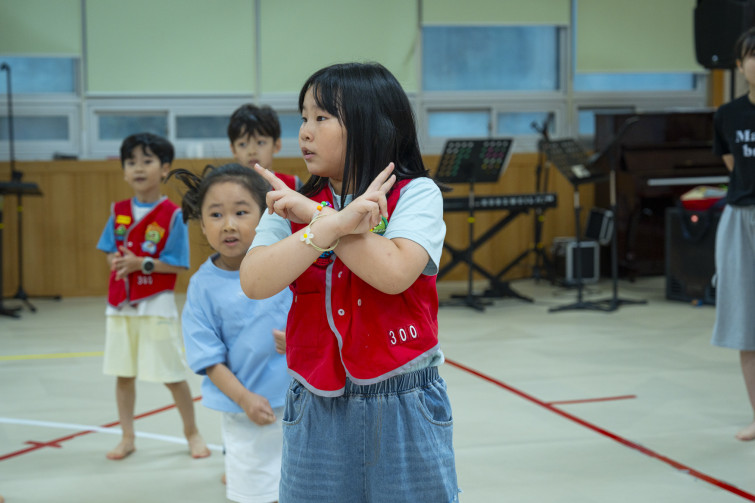 YTo1ODp7czo4OiJGaWxlTmFtZSI7czo0MDoiMTFkZjE5M2UtNzdjYS00OGNlLTkyZjktOThhMTBlNzJiNzkyLmpwZyI7czoxMjoiRmlsZURhdGVUaW1lIjtpOjE3NTc4MjAxNzU7czo4OiJGaWxlU2l6ZSI7aToxMjQxMjQ3O3M6ODoiRmlsZVR5cGUiO2k6MjtzOjg6Ik1pbWVUeXBlIjtzOjEwOiJpbWFnZS9qcGVnIjtzOjEzOiJTZWN0aW9uc0ZvdW5kIjtzOjMwOiJBTllfVEFHLCBJRkQwLCBUSFVNQk5BSUwsIEVYSUYiO3M6ODoiQ09NUFVURUQiO2E6OTp7czo0OiJodG1sIjtzOjI2OiJ3aWR0aD0iMTc1MiIgaGVpZ2h0PSIxMTY4IiI7czo2OiJIZWlnaHQiO2k6MTE2ODtzOjU6IldpZHRoIjtpOjE3NTI7czo3OiJJc0NvbG9yIjtpOjE7czoxNzoiQnl0ZU9yZGVyTW90b3JvbGEiO2k6MDtzOjE1OiJBcGVydHVyZUZOdW1iZXIiO3M6NToiZi80LjAiO3M6OToiQ29weXJpZ2h0IjtzOjQ6IllBQkMiO3M6MTg6IlRodW1ibmFpbC5GaWxlVHlwZSI7aToyO3M6MTg6IlRodW1ibmFpbC5NaW1lVHlwZSI7czoxMDoiaW1hZ2UvanBlZyI7fXM6NDoiTWFrZSI7czo0OiJTT05ZIjtzOjU6Ik1vZGVsIjtzOjg6IklMQ0UtN000IjtzOjExOiJYUmVzb2x1dGlvbiI7czo1OiIyNDAvMSI7czoxMToiWVJlc29sdXRpb24iO3M6NToiMjQwLzEiO3M6MTQ6IlJlc29sdXRpb25Vbml0IjtpOjI7czo4OiJTb2Z0d2FyZSI7czo1MjoiQWRvYmUgUGhvdG9zaG9wIExpZ2h0cm9vbSBDbGFzc2ljIDE0LjUuMSAoTWFjaW50b3NoKSI7czo4OiJEYXRlVGltZSI7czoxOToiMjAyNTowOToxNCAxMjoyMTowMiI7czo2OiJBcnRpc3QiO3M6NzoiWUFCQ19TRyI7czo5OiJDb3B5cmlnaHQiO3M6NDoiWUFCQyI7czoxNjoiRXhpZl9JRkRfUG9pbnRlciI7aToyNTQ7czo5OiJUSFVNQk5BSUwiO2E6Njp7czoxMToiQ29tcHJlc3Npb24iO2k6NjtzOjExOiJYUmVzb2x1dGlvbiI7czo0OiI3Mi8xIjtzOjExOiJZUmVzb2x1dGlvbiI7czo0OiI3Mi8xIjtzOjE0OiJSZXNvbHV0aW9uVW5pdCI7aToyO3M6MjE6IkpQRUdJbnRlcmNoYW5nZUZvcm1hdCI7aToxMDQwO3M6Mjc6IkpQRUdJbnRlcmNoYW5nZUZvcm1hdExlbmd0aCI7aToxNTA2NTt9czoxMjoiRXhwb3N1cmVUaW1lIjtzOjU6IjEvMjUwIjtzOjc6IkZOdW1iZXIiO3M6MzoiNC8xIjtzOjE1OiJFeHBvc3VyZVByb2dyYW0iO2k6MTtzOjE1OiJJU09TcGVlZFJhdGluZ3MiO2k6ODAwO3M6MTk6IlVuZGVmaW5lZFRhZzoweDg4MzAiO2k6MjtzOjE5OiJVbmRlZmluZWRUYWc6MHg4ODMyIjtpOjgwMDtzOjExOiJFeGlmVmVyc2lvbiI7czo0OiIwMjMyIjtzOjE2OiJEYXRlVGltZU9yaWdpbmFsIjtzOjE5OiIyMDI1OjA5OjEzIDEwOjMyOjA1IjtzOjE3OiJEYXRlVGltZURpZ2l0aXplZCI7czoxOToiMjAyNTowOToxMyAxMDozMjowNSI7czoxOToiVW5kZWZpbmVkVGFnOjB4OTAxMCI7czo2OiIrMDk6MDAiO3M6MTk6IlVuZGVmaW5lZFRhZzoweDkwMTEiO3M6NjoiKzA5OjAwIjtzOjE5OiJVbmRlZmluZWRUYWc6MHg5MDEyIjtzOjY6IiswOTowMCI7czoxNzoiU2h1dHRlclNwZWVkVmFsdWUiO3M6MTU6Ijc5NjU3ODQvMTAwMDAwMCI7czoxMzoiQXBlcnR1cmVWYWx1ZSI7czozOiI0LzEiO3M6MTU6IkJyaWdodG5lc3NWYWx1ZSI7czo5OiI3Njc0LzI1NjAiO3M6MTc6IkV4cG9zdXJlQmlhc1ZhbHVlIjtzOjQ6IjAvMTAiO3M6MTY6Ik1heEFwZXJ0dXJlVmFsdWUiO3M6NzoiNzYwLzI1NiI7czoxMjoiTWV0ZXJpbmdNb2RlIjtpOjU7czoxMToiTGlnaHRTb3VyY2UiO2k6MDtzOjU6IkZsYXNoIjtpOjEzO3M6MTE6IkZvY2FsTGVuZ3RoIjtzOjY6IjcwMC8xMCI7czoxODoiU3ViU2VjVGltZU9yaWdpbmFsIjtzOjM6IjIxNiI7czoxOToiU3ViU2VjVGltZURpZ2l0aXplZCI7czozOiIyMTYiO3M6MTA6IkNvbG9yU3BhY2UiO2k6NjU1MzU7czoyMToiRm9jYWxQbGFuZVhSZXNvbHV0aW9uIjtzOjE0OiI2NDQ0OTMzOS8zMjc2OCI7czoyMToiRm9jYWxQbGFuZVlSZXNvbHV0aW9uIjtzOjE0OiI2NDQ0OTMzOS8zMjc2OCI7czoyNDoiRm9jYWxQbGFuZVJlc29sdXRpb25Vbml0IjtpOjM7czoxMDoiRmlsZVNvdXJjZSI7czoxOiIDIjtzOjk6IlNjZW5lVHlwZSI7czoxOiIBIjtzOjE0OiJDdXN0b21SZW5kZXJlZCI7aTowO3M6MTI6IkV4cG9zdXJlTW9kZSI7aToxO3M6MTI6IldoaXRlQmFsYW5jZSI7aToxO3M6MTY6IkRpZ2l0YWxab29tUmF0aW8iO3M6NToiMTYvMTYiO3M6MjE6IkZvY2FsTGVuZ3RoSW4zNW1tRmlsbSI7aTo3MDtzOjE2OiJTY2VuZUNhcHR1cmVUeXBlIjtpOjA7czo4OiJDb250cmFzdCI7aTowO3M6MTA6IlNhdHVyYXRpb24iO2k6MDtzOjk6IlNoYXJwbmVzcyI7aTowO3M6MTk6IlVuZGVmaW5lZFRhZzoweEE0MzIiO2E6NDp7aTowO3M6NjoiMjQwLzEwIjtpOjE7czo2OiI3MDAvMTAiO2k6MjtzOjU6IjI4LzEwIjtpOjM7czo1OiIyOC8xMCI7fXM6MTk6IlVuZGVmaW5lZFRhZzoweEE0MzQiO3M6MjE6IkZFIDI0LTcwbW0gRjIuOCBHTSBJSSI7fQ==