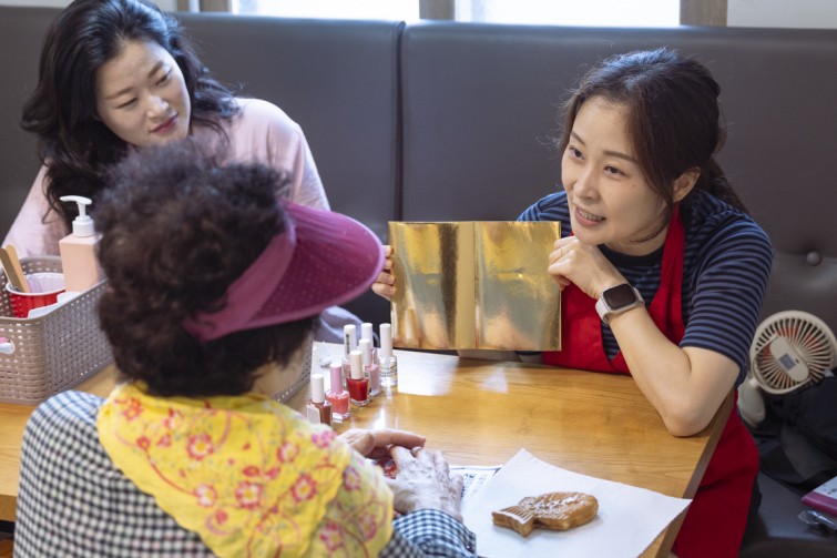 YTo1ODp7czo4OiJGaWxlTmFtZSI7czo0MDoiMTVjYjJlY2YtOTRmYS00YzVjLWI4OGUtMjI0MDNmMDIyYWJhLmpwZyI7czoxMjoiRmlsZURhdGVUaW1lIjtpOjE3NTI3Mzg5OTM7czo4OiJGaWxlU2l6ZSI7aTo2NDY2MTI7czo4OiJGaWxlVHlwZSI7aToyO3M6ODoiTWltZVR5cGUiO3M6MTA6ImltYWdlL2pwZWciO3M6MTM6IlNlY3Rpb25zRm91bmQiO3M6MzA6IkFOWV9UQUcsIElGRDAsIFRIVU1CTkFJTCwgRVhJRiI7czo4OiJDT01QVVRFRCI7YTo5OntzOjQ6Imh0bWwiO3M6MjU6IndpZHRoPSIxMTUyIiBoZWlnaHQ9Ijc2OCIiO3M6NjoiSGVpZ2h0IjtpOjc2ODtzOjU6IldpZHRoIjtpOjExNTI7czo3OiJJc0NvbG9yIjtpOjE7czoxNzoiQnl0ZU9yZGVyTW90b3JvbGEiO2k6MDtzOjE1OiJBcGVydHVyZUZOdW1iZXIiO3M6NToiZi8yLjgiO3M6OToiQ29weXJpZ2h0IjtzOjQ6IllBQkMiO3M6MTg6IlRodW1ibmFpbC5GaWxlVHlwZSI7aToyO3M6MTg6IlRodW1ibmFpbC5NaW1lVHlwZSI7czoxMDoiaW1hZ2UvanBlZyI7fXM6NDoiTWFrZSI7czo0OiJTT05ZIjtzOjU6Ik1vZGVsIjtzOjg6IklMQ0UtN000IjtzOjExOiJYUmVzb2x1dGlvbiI7czo1OiIyNDAvMSI7czoxMToiWVJlc29sdXRpb24iO3M6NToiMjQwLzEiO3M6MTQ6IlJlc29sdXRpb25Vbml0IjtpOjI7czo4OiJTb2Z0d2FyZSI7czo1MDoiQWRvYmUgUGhvdG9zaG9wIExpZ2h0cm9vbSBDbGFzc2ljIDE0LjQgKE1hY2ludG9zaCkiO3M6ODoiRGF0ZVRpbWUiO3M6MTk6IjIwMjU6MDc6MTcgMTY6NTE6MTciO3M6NjoiQXJ0aXN0IjtzOjc6IllBQkNfU0ciO3M6OToiQ29weXJpZ2h0IjtzOjQ6IllBQkMiO3M6MTY6IkV4aWZfSUZEX1BvaW50ZXIiO2k6MjUyO3M6OToiVEhVTUJOQUlMIjthOjY6e3M6MTE6IkNvbXByZXNzaW9uIjtpOjY7czoxMToiWFJlc29sdXRpb24iO3M6NDoiNzIvMSI7czoxMToiWVJlc29sdXRpb24iO3M6NDoiNzIvMSI7czoxNDoiUmVzb2x1dGlvblVuaXQiO2k6MjtzOjIxOiJKUEVHSW50ZXJjaGFuZ2VGb3JtYXQiO2k6MTAzODtzOjI3OiJKUEVHSW50ZXJjaGFuZ2VGb3JtYXRMZW5ndGgiO2k6MTYzMTg7fXM6MTI6IkV4cG9zdXJlVGltZSI7czo1OiIxLzEwMCI7czo3OiJGTnVtYmVyIjtzOjU6IjI4LzEwIjtzOjE1OiJFeHBvc3VyZVByb2dyYW0iO2k6MTtzOjE1OiJJU09TcGVlZFJhdGluZ3MiO2k6MzIwO3M6MTk6IlVuZGVmaW5lZFRhZzoweDg4MzAiO2k6MjtzOjE5OiJVbmRlZmluZWRUYWc6MHg4ODMyIjtpOjMyMDtzOjExOiJFeGlmVmVyc2lvbiI7czo0OiIwMjMyIjtzOjE2OiJEYXRlVGltZU9yaWdpbmFsIjtzOjE5OiIyMDI1OjA3OjE3IDEwOjAzOjU4IjtzOjE3OiJEYXRlVGltZURpZ2l0aXplZCI7czoxOToiMjAyNTowNzoxNyAxMDowMzo1OCI7czoxOToiVW5kZWZpbmVkVGFnOjB4OTAxMCI7czo2OiIrMDk6MDAiO3M6MTk6IlVuZGVmaW5lZFRhZzoweDkwMTEiO3M6NjoiKzA5OjAwIjtzOjE5OiJVbmRlZmluZWRUYWc6MHg5MDEyIjtzOjY6IiswOTowMCI7czoxNzoiU2h1dHRlclNwZWVkVmFsdWUiO3M6MTU6IjY2NDM4NTYvMTAwMDAwMCI7czoxMzoiQXBlcnR1cmVWYWx1ZSI7czoxNToiMjk3MDg1NC8xMDAwMDAwIjtzOjE1OiJCcmlnaHRuZXNzVmFsdWUiO3M6OToiMzk5NC8yNTYwIjtzOjE3OiJFeHBvc3VyZUJpYXNWYWx1ZSI7czo0OiIwLzEwIjtzOjE2OiJNYXhBcGVydHVyZVZhbHVlIjtzOjc6Ijc2MC8yNTYiO3M6MTI6Ik1ldGVyaW5nTW9kZSI7aTo1O3M6MTE6IkxpZ2h0U291cmNlIjtpOjA7czo1OiJGbGFzaCI7aToxNjtzOjExOiJGb2NhbExlbmd0aCI7czo2OiI0NDAvMTAiO3M6MTg6IlN1YlNlY1RpbWVPcmlnaW5hbCI7czozOiI3OTEiO3M6MTk6IlN1YlNlY1RpbWVEaWdpdGl6ZWQiO3M6MzoiNzkxIjtzOjEwOiJDb2xvclNwYWNlIjtpOjY1NTM1O3M6MjE6IkZvY2FsUGxhbmVYUmVzb2x1dGlvbiI7czoxNDoiNjQ0NDkzMzkvMzI3NjgiO3M6MjE6IkZvY2FsUGxhbmVZUmVzb2x1dGlvbiI7czoxNDoiNjQ0NDkzMzkvMzI3NjgiO3M6MjQ6IkZvY2FsUGxhbmVSZXNvbHV0aW9uVW5pdCI7aTozO3M6MTA6IkZpbGVTb3VyY2UiO3M6MToiAyI7czo5OiJTY2VuZVR5cGUiO3M6MToiASI7czoxNDoiQ3VzdG9tUmVuZGVyZWQiO2k6MDtzOjEyOiJFeHBvc3VyZU1vZGUiO2k6MTtzOjEyOiJXaGl0ZUJhbGFuY2UiO2k6MTtzOjE2OiJEaWdpdGFsWm9vbVJhdGlvIjtzOjU6IjE2LzE2IjtzOjIxOiJGb2NhbExlbmd0aEluMzVtbUZpbG0iO2k6NjY7czoxNjoiU2NlbmVDYXB0dXJlVHlwZSI7aTowO3M6ODoiQ29udHJhc3QiO2k6MDtzOjEwOiJTYXR1cmF0aW9uIjtpOjA7czo5OiJTaGFycG5lc3MiO2k6MDtzOjE5OiJVbmRlZmluZWRUYWc6MHhBNDMyIjthOjQ6e2k6MDtzOjY6IjI0MC8xMCI7aToxO3M6NjoiNzAwLzEwIjtpOjI7czo1OiIyOC8xMCI7aTozO3M6NToiMjgvMTAiO31zOjE5OiJVbmRlZmluZWRUYWc6MHhBNDM0IjtzOjIxOiJGRSAyNC03MG1tIEYyLjggR00gSUkiO30=