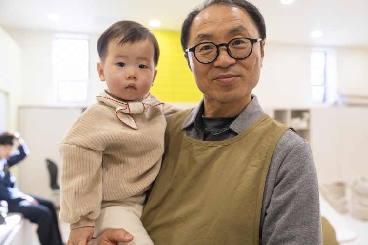 YTo1ODp7czo4OiJGaWxlTmFtZSI7czo0MDoiMTdiMjcyYzctM2FlMi00NGIwLWI2YzktMzY2ZThiYTA0NTFhLmpwZyI7czoxMjoiRmlsZURhdGVUaW1lIjtpOjE3Njc2NjY1NDA7czo4OiJGaWxlU2l6ZSI7aToxMDY5OTcwO3M6ODoiRmlsZVR5cGUiO2k6MjtzOjg6Ik1pbWVUeXBlIjtzOjEwOiJpbWFnZS9qcGVnIjtzOjEzOiJTZWN0aW9uc0ZvdW5kIjtzOjMwOiJBTllfVEFHLCBJRkQwLCBUSFVNQk5BSUwsIEVYSUYiO3M6ODoiQ09NUFVURUQiO2E6OTp7czo0OiJodG1sIjtzOjI2OiJ3aWR0aD0iMTc1MiIgaGVpZ2h0PSIxMTY4IiI7czo2OiJIZWlnaHQiO2k6MTE2ODtzOjU6IldpZHRoIjtpOjE3NTI7czo3OiJJc0NvbG9yIjtpOjE7czoxNzoiQnl0ZU9yZGVyTW90b3JvbGEiO2k6MDtzOjE1OiJBcGVydHVyZUZOdW1iZXIiO3M6NToiZi8yLjgiO3M6OToiQ29weXJpZ2h0IjtzOjQ6IllBQkMiO3M6MTg6IlRodW1ibmFpbC5GaWxlVHlwZSI7aToyO3M6MTg6IlRodW1ibmFpbC5NaW1lVHlwZSI7czoxMDoiaW1hZ2UvanBlZyI7fXM6NDoiTWFrZSI7czo0OiJTT05ZIjtzOjU6Ik1vZGVsIjtzOjg6IklMQ0UtN000IjtzOjExOiJYUmVzb2x1dGlvbiI7czo1OiIyNDAvMSI7czoxMToiWVJlc29sdXRpb24iO3M6NToiMjQwLzEiO3M6MTQ6IlJlc29sdXRpb25Vbml0IjtpOjI7czo4OiJTb2Z0d2FyZSI7czo1MDoiQWRvYmUgUGhvdG9zaG9wIExpZ2h0cm9vbSBDbGFzc2ljIDE1LjEgKE1hY2ludG9zaCkiO3M6ODoiRGF0ZVRpbWUiO3M6MTk6IjIwMjY6MDE6MDYgMTE6MjY6NTMiO3M6NjoiQXJ0aXN0IjtzOjc6IllBQkNfU0ciO3M6OToiQ29weXJpZ2h0IjtzOjQ6IllBQkMiO3M6MTY6IkV4aWZfSUZEX1BvaW50ZXIiO2k6MjUyO3M6OToiVEhVTUJOQUlMIjthOjY6e3M6MTE6IkNvbXByZXNzaW9uIjtpOjY7czoxMToiWFJlc29sdXRpb24iO3M6NDoiNzIvMSI7czoxMToiWVJlc29sdXRpb24iO3M6NDoiNzIvMSI7czoxNDoiUmVzb2x1dGlvblVuaXQiO2k6MjtzOjIxOiJKUEVHSW50ZXJjaGFuZ2VGb3JtYXQiO2k6MTAzODtzOjI3OiJKUEVHSW50ZXJjaGFuZ2VGb3JtYXRMZW5ndGgiO2k6MTE3OTY7fXM6MTI6IkV4cG9zdXJlVGltZSI7czo1OiIxLzIwMCI7czo3OiJGTnVtYmVyIjtzOjU6IjI4LzEwIjtzOjE1OiJFeHBvc3VyZVByb2dyYW0iO2k6MTtzOjE1OiJJU09TcGVlZFJhdGluZ3MiO2k6NjQwO3M6MTk6IlVuZGVmaW5lZFRhZzoweDg4MzAiO2k6MjtzOjE5OiJVbmRlZmluZWRUYWc6MHg4ODMyIjtpOjY0MDtzOjExOiJFeGlmVmVyc2lvbiI7czo0OiIwMjMyIjtzOjE2OiJEYXRlVGltZU9yaWdpbmFsIjtzOjE5OiIyMDI2OjAxOjA0IDEyOjMyOjExIjtzOjE3OiJEYXRlVGltZURpZ2l0aXplZCI7czoxOToiMjAyNjowMTowNCAxMjozMjoxMSI7czoxOToiVW5kZWZpbmVkVGFnOjB4OTAxMCI7czo2OiIrMDk6MDAiO3M6MTk6IlVuZGVmaW5lZFRhZzoweDkwMTEiO3M6NjoiKzA5OjAwIjtzOjE5OiJVbmRlZmluZWRUYWc6MHg5MDEyIjtzOjY6IiswOTowMCI7czoxNzoiU2h1dHRlclNwZWVkVmFsdWUiO3M6MTU6Ijc2NDM4NTYvMTAwMDAwMCI7czoxMzoiQXBlcnR1cmVWYWx1ZSI7czoxNToiMjk3MDg1NC8xMDAwMDAwIjtzOjE1OiJCcmlnaHRuZXNzVmFsdWUiO3M6OToiOTkyNC8yNTYwIjtzOjE3OiJFeHBvc3VyZUJpYXNWYWx1ZSI7czo0OiIwLzEwIjtzOjE2OiJNYXhBcGVydHVyZVZhbHVlIjtzOjc6Ijc2MC8yNTYiO3M6MTI6Ik1ldGVyaW5nTW9kZSI7aTo1O3M6MTE6IkxpZ2h0U291cmNlIjtpOjA7czo1OiJGbGFzaCI7aToxNjtzOjExOiJGb2NhbExlbmd0aCI7czo2OiIzMzAvMTAiO3M6MTg6IlN1YlNlY1RpbWVPcmlnaW5hbCI7czozOiIxNjEiO3M6MTk6IlN1YlNlY1RpbWVEaWdpdGl6ZWQiO3M6MzoiMTYxIjtzOjEwOiJDb2xvclNwYWNlIjtpOjY1NTM1O3M6MjE6IkZvY2FsUGxhbmVYUmVzb2x1dGlvbiI7czoxNDoiNjQ0NDkzMzkvMzI3NjgiO3M6MjE6IkZvY2FsUGxhbmVZUmVzb2x1dGlvbiI7czoxNDoiNjQ0NDkzMzkvMzI3NjgiO3M6MjQ6IkZvY2FsUGxhbmVSZXNvbHV0aW9uVW5pdCI7aTozO3M6MTA6IkZpbGVTb3VyY2UiO3M6MToiAyI7czo5OiJTY2VuZVR5cGUiO3M6MToiASI7czoxNDoiQ3VzdG9tUmVuZGVyZWQiO2k6MDtzOjEyOiJFeHBvc3VyZU1vZGUiO2k6MTtzOjEyOiJXaGl0ZUJhbGFuY2UiO2k6MDtzOjE2OiJEaWdpdGFsWm9vbVJhdGlvIjtzOjU6IjE2LzE2IjtzOjIxOiJGb2NhbExlbmd0aEluMzVtbUZpbG0iO2k6MzM7czoxNjoiU2NlbmVDYXB0dXJlVHlwZSI7aTowO3M6ODoiQ29udHJhc3QiO2k6MDtzOjEwOiJTYXR1cmF0aW9uIjtpOjA7czo5OiJTaGFycG5lc3MiO2k6MDtzOjE5OiJVbmRlZmluZWRUYWc6MHhBNDMyIjthOjQ6e2k6MDtzOjY6IjI0MC8xMCI7aToxO3M6NjoiNzAwLzEwIjtpOjI7czo1OiIyOC8xMCI7aTozO3M6NToiMjgvMTAiO31zOjE5OiJVbmRlZmluZWRUYWc6MHhBNDM0IjtzOjIxOiJGRSAyNC03MG1tIEYyLjggR00gSUkiO30=