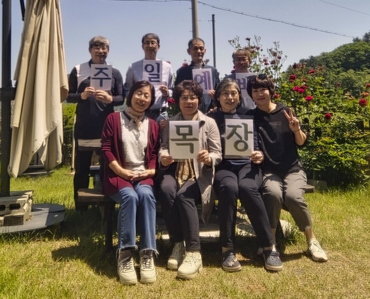 YTo0MTp7czo4OiJGaWxlTmFtZSI7czo0MDoiMWFiOTdhN2QtYWMwMS00MGRjLTg3NmYtZjJkOWI3NWE5NDU1LmpwZyI7czoxMjoiRmlsZURhdGVUaW1lIjtpOjE3NDgzMTI4Mjg7czo4OiJGaWxlU2l6ZSI7aToxODA3MTU2O3M6ODoiRmlsZVR5cGUiO2k6MjtzOjg6Ik1pbWVUeXBlIjtzOjEwOiJpbWFnZS9qcGVnIjtzOjEzOiJTZWN0aW9uc0ZvdW5kIjtzOjMwOiJBTllfVEFHLCBJRkQwLCBUSFVNQk5BSUwsIEVYSUYiO3M6ODoiQ09NUFVURUQiO2E6ODp7czo0OiJodG1sIjtzOjI2OiJ3aWR0aD0iMTkyNCIgaGVpZ2h0PSIxNTU4IiI7czo2OiJIZWlnaHQiO2k6MTU1ODtzOjU6IldpZHRoIjtpOjE5MjQ7czo3OiJJc0NvbG9yIjtpOjE7czoxNzoiQnl0ZU9yZGVyTW90b3JvbGEiO2k6MDtzOjE1OiJBcGVydHVyZUZOdW1iZXIiO3M6NToiZi8xLjgiO3M6MTg6IlRodW1ibmFpbC5GaWxlVHlwZSI7aToyO3M6MTg6IlRodW1ibmFpbC5NaW1lVHlwZSI7czoxMDoiaW1hZ2UvanBlZyI7fXM6NDoiTWFrZSI7czo3OiJzYW1zdW5nIjtzOjU6Ik1vZGVsIjtzOjE0OiJHYWxheHkgWiBGb2xkNiI7czoxMToiWFJlc29sdXRpb24iO3M6NToiMjQwLzEiO3M6MTE6IllSZXNvbHV0aW9uIjtzOjU6IjI0MC8xIjtzOjE0OiJSZXNvbHV0aW9uVW5pdCI7aToyO3M6ODoiU29mdHdhcmUiO3M6NTI6IkFkb2JlIFBob3Rvc2hvcCBMaWdodHJvb20gQ2xhc3NpYyAxNC4zLjEgKE1hY2ludG9zaCkiO3M6ODoiRGF0ZVRpbWUiO3M6MTk6IjIwMjU6MDU6MjcgMTE6MjU6NTgiO3M6MTY6IkV4aWZfSUZEX1BvaW50ZXIiO2k6MjI0O3M6OToiVEhVTUJOQUlMIjthOjY6e3M6MTE6IkNvbXByZXNzaW9uIjtpOjY7czoxMToiWFJlc29sdXRpb24iO3M6NDoiNzIvMSI7czoxMToiWVJlc29sdXRpb24iO3M6NDoiNzIvMSI7czoxNDoiUmVzb2x1dGlvblVuaXQiO2k6MjtzOjIxOiJKUEVHSW50ZXJjaGFuZ2VGb3JtYXQiO2k6NzUyO3M6Mjc6IkpQRUdJbnRlcmNoYW5nZUZvcm1hdExlbmd0aCI7aToyMjk1NDt9czoxMjoiRXhwb3N1cmVUaW1lIjtzOjY6IjEvMTI1MCI7czo3OiJGTnVtYmVyIjtzOjU6IjE4LzEwIjtzOjE1OiJFeHBvc3VyZVByb2dyYW0iO2k6MjtzOjE1OiJJU09TcGVlZFJhdGluZ3MiO2k6MjA7czoxMToiRXhpZlZlcnNpb24iO3M6NDoiMDIzMSI7czoxNjoiRGF0ZVRpbWVPcmlnaW5hbCI7czoxOToiMjAyNTowNToyNSAxMTowNDoxMCI7czoxNzoiRGF0ZVRpbWVEaWdpdGl6ZWQiO3M6MTk6IjIwMjU6MDU6MjUgMTE6MDQ6MTAiO3M6MTk6IlVuZGVmaW5lZFRhZzoweDkwMTAiO3M6NjoiKzA5OjAwIjtzOjE5OiJVbmRlZmluZWRUYWc6MHg5MDExIjtzOjY6IiswOTowMCI7czoxNzoiU2h1dHRlclNwZWVkVmFsdWUiO3M6MTY6IjEwMjg3NzEyLzEwMDAwMDAiO3M6MTM6IkFwZXJ0dXJlVmFsdWUiO3M6MTU6IjE2OTU5OTQvMTAwMDAwMCI7czoxNToiQnJpZ2h0bmVzc1ZhbHVlIjtzOjY6IjE4Ny8yMCI7czoxNzoiRXhwb3N1cmVCaWFzVmFsdWUiO3M6MzoiMC8xIjtzOjE2OiJNYXhBcGVydHVyZVZhbHVlIjtzOjc6IjIyNy8xMDAiO3M6MTI6Ik1ldGVyaW5nTW9kZSI7aToyO3M6NToiRmxhc2giO2k6MDtzOjExOiJGb2NhbExlbmd0aCI7czozOiIzLzEiO3M6MTg6IlN1YlNlY1RpbWVPcmlnaW5hbCI7czozOiIxODQiO3M6MTk6IlN1YlNlY1RpbWVEaWdpdGl6ZWQiO3M6MzoiMTg0IjtzOjEwOiJDb2xvclNwYWNlIjtpOjY1NTM1O3M6MTI6IkV4cG9zdXJlTW9kZSI7aTowO3M6MTI6IldoaXRlQmFsYW5jZSI7aTowO3M6MTY6IkRpZ2l0YWxab29tUmF0aW8iO3M6NzoiMTE3LzEwMCI7czoyMToiRm9jYWxMZW5ndGhJbjM1bW1GaWxtIjtpOjIzO3M6MTY6IlNjZW5lQ2FwdHVyZVR5cGUiO2k6MDt9