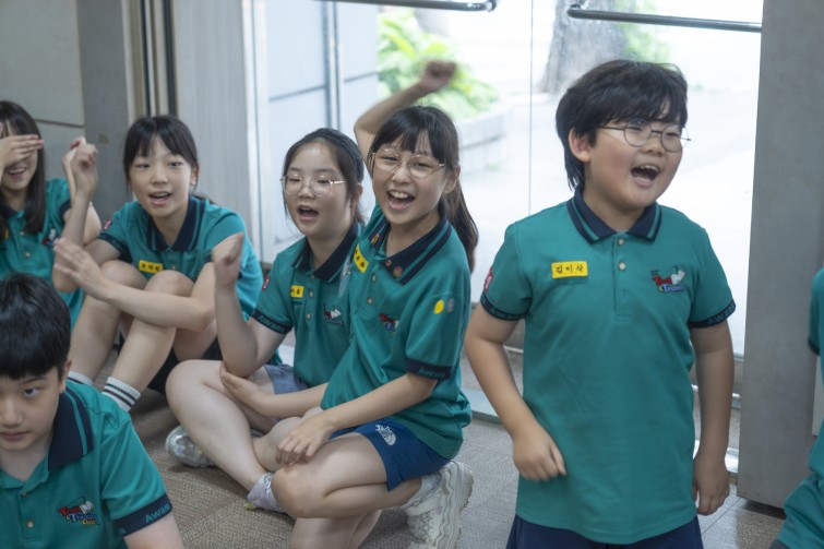 YTo1ODp7czo4OiJGaWxlTmFtZSI7czo0MDoiMWI4MGQwN2MtZWYyMi00MDVkLWEwNDktMWFhMWRlNzI4MDNkLmpwZyI7czoxMjoiRmlsZURhdGVUaW1lIjtpOjE3NTA0ODMyMzA7czo4OiJGaWxlU2l6ZSI7aToxMDY3ODI1O3M6ODoiRmlsZVR5cGUiO2k6MjtzOjg6Ik1pbWVUeXBlIjtzOjEwOiJpbWFnZS9qcGVnIjtzOjEzOiJTZWN0aW9uc0ZvdW5kIjtzOjMwOiJBTllfVEFHLCBJRkQwLCBUSFVNQk5BSUwsIEVYSUYiO3M6ODoiQ09NUFVURUQiO2E6OTp7czo0OiJodG1sIjtzOjI2OiJ3aWR0aD0iMTc1MiIgaGVpZ2h0PSIxMTY4IiI7czo2OiJIZWlnaHQiO2k6MTE2ODtzOjU6IldpZHRoIjtpOjE3NTI7czo3OiJJc0NvbG9yIjtpOjE7czoxNzoiQnl0ZU9yZGVyTW90b3JvbGEiO2k6MDtzOjE1OiJBcGVydHVyZUZOdW1iZXIiO3M6NToiZi8yLjgiO3M6OToiQ29weXJpZ2h0IjtzOjQ6IllBQkMiO3M6MTg6IlRodW1ibmFpbC5GaWxlVHlwZSI7aToyO3M6MTg6IlRodW1ibmFpbC5NaW1lVHlwZSI7czoxMDoiaW1hZ2UvanBlZyI7fXM6NDoiTWFrZSI7czo0OiJTT05ZIjtzOjU6Ik1vZGVsIjtzOjg6IklMQ0UtN000IjtzOjExOiJYUmVzb2x1dGlvbiI7czo1OiIyNDAvMSI7czoxMToiWVJlc29sdXRpb24iO3M6NToiMjQwLzEiO3M6MTQ6IlJlc29sdXRpb25Vbml0IjtpOjI7czo4OiJTb2Z0d2FyZSI7czo1MjoiQWRvYmUgUGhvdG9zaG9wIExpZ2h0cm9vbSBDbGFzc2ljIDE0LjMuMSAoTWFjaW50b3NoKSI7czo4OiJEYXRlVGltZSI7czoxOToiMjAyNTowNjoyMSAxNDoxNDozMSI7czo2OiJBcnRpc3QiO3M6NzoiWUFCQ19TRyI7czo5OiJDb3B5cmlnaHQiO3M6NDoiWUFCQyI7czoxNjoiRXhpZl9JRkRfUG9pbnRlciI7aToyNTQ7czo5OiJUSFVNQk5BSUwiO2E6Njp7czoxMToiQ29tcHJlc3Npb24iO2k6NjtzOjExOiJYUmVzb2x1dGlvbiI7czo0OiI3Mi8xIjtzOjExOiJZUmVzb2x1dGlvbiI7czo0OiI3Mi8xIjtzOjE0OiJSZXNvbHV0aW9uVW5pdCI7aToyO3M6MjE6IkpQRUdJbnRlcmNoYW5nZUZvcm1hdCI7aToxMDQwO3M6Mjc6IkpQRUdJbnRlcmNoYW5nZUZvcm1hdExlbmd0aCI7aToxNjIwNjt9czoxMjoiRXhwb3N1cmVUaW1lIjtzOjQ6IjEvNjAiO3M6NzoiRk51bWJlciI7czo1OiIyOC8xMCI7czoxNToiRXhwb3N1cmVQcm9ncmFtIjtpOjE7czoxNToiSVNPU3BlZWRSYXRpbmdzIjtpOjMyMDtzOjE5OiJVbmRlZmluZWRUYWc6MHg4ODMwIjtpOjI7czoxOToiVW5kZWZpbmVkVGFnOjB4ODgzMiI7aTozMjA7czoxMToiRXhpZlZlcnNpb24iO3M6NDoiMDIzMiI7czoxNjoiRGF0ZVRpbWVPcmlnaW5hbCI7czoxOToiMjAyNTowNjoyMSAxMDo0MTo1MiI7czoxNzoiRGF0ZVRpbWVEaWdpdGl6ZWQiO3M6MTk6IjIwMjU6MDY6MjEgMTA6NDE6NTIiO3M6MTk6IlVuZGVmaW5lZFRhZzoweDkwMTAiO3M6NjoiKzA5OjAwIjtzOjE5OiJVbmRlZmluZWRUYWc6MHg5MDExIjtzOjY6IiswOTowMCI7czoxOToiVW5kZWZpbmVkVGFnOjB4OTAxMiI7czo2OiIrMDk6MDAiO3M6MTc6IlNodXR0ZXJTcGVlZFZhbHVlIjtzOjE1OiI1OTA2ODkxLzEwMDAwMDAiO3M6MTM6IkFwZXJ0dXJlVmFsdWUiO3M6MTU6IjI5NzA4NTQvMTAwMDAwMCI7czoxNToiQnJpZ2h0bmVzc1ZhbHVlIjtzOjk6IjcyNDQvMjU2MCI7czoxNzoiRXhwb3N1cmVCaWFzVmFsdWUiO3M6NDoiMC8xMCI7czoxNjoiTWF4QXBlcnR1cmVWYWx1ZSI7czo3OiI3NjAvMjU2IjtzOjEyOiJNZXRlcmluZ01vZGUiO2k6NTtzOjExOiJMaWdodFNvdXJjZSI7aTowO3M6NToiRmxhc2giO2k6MTM7czoxMToiRm9jYWxMZW5ndGgiO3M6NjoiNzAwLzEwIjtzOjE4OiJTdWJTZWNUaW1lT3JpZ2luYWwiO3M6MzoiMTg5IjtzOjE5OiJTdWJTZWNUaW1lRGlnaXRpemVkIjtzOjM6IjE4OSI7czoxMDoiQ29sb3JTcGFjZSI7aTo2NTUzNTtzOjIxOiJGb2NhbFBsYW5lWFJlc29sdXRpb24iO3M6MTQ6IjY0NDQ5MzM5LzMyNzY4IjtzOjIxOiJGb2NhbFBsYW5lWVJlc29sdXRpb24iO3M6MTQ6IjY0NDQ5MzM5LzMyNzY4IjtzOjI0OiJGb2NhbFBsYW5lUmVzb2x1dGlvblVuaXQiO2k6MztzOjEwOiJGaWxlU291cmNlIjtzOjE6IgMiO3M6OToiU2NlbmVUeXBlIjtzOjE6IgEiO3M6MTQ6IkN1c3RvbVJlbmRlcmVkIjtpOjA7czoxMjoiRXhwb3N1cmVNb2RlIjtpOjE7czoxMjoiV2hpdGVCYWxhbmNlIjtpOjE7czoxNjoiRGlnaXRhbFpvb21SYXRpbyI7czo1OiIxNi8xNiI7czoyMToiRm9jYWxMZW5ndGhJbjM1bW1GaWxtIjtpOjcwO3M6MTY6IlNjZW5lQ2FwdHVyZVR5cGUiO2k6MDtzOjg6IkNvbnRyYXN0IjtpOjA7czoxMDoiU2F0dXJhdGlvbiI7aTowO3M6OToiU2hhcnBuZXNzIjtpOjA7czoxOToiVW5kZWZpbmVkVGFnOjB4QTQzMiI7YTo0OntpOjA7czo2OiIyNDAvMTAiO2k6MTtzOjY6IjcwMC8xMCI7aToyO3M6NToiMjgvMTAiO2k6MztzOjU6IjI4LzEwIjt9czoxOToiVW5kZWZpbmVkVGFnOjB4QTQzNCI7czoyMToiRkUgMjQtNzBtbSBGMi44IEdNIElJIjt9