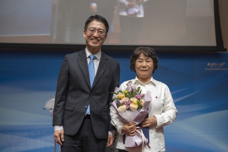 YTo1ODp7czo4OiJGaWxlTmFtZSI7czo0MDoiMjIyNzNkMGUtYTNlMS00MGMxLTg1ZWMtNjI3Zjc1MzY3NTAwLmpwZyI7czoxMjoiRmlsZURhdGVUaW1lIjtpOjE3Njg4ODY1MTg7czo4OiJGaWxlU2l6ZSI7aTo5NjM5NTE7czo4OiJGaWxlVHlwZSI7aToyO3M6ODoiTWltZVR5cGUiO3M6MTA6ImltYWdlL2pwZWciO3M6MTM6IlNlY3Rpb25zRm91bmQiO3M6MzA6IkFOWV9UQUcsIElGRDAsIFRIVU1CTkFJTCwgRVhJRiI7czo4OiJDT01QVVRFRCI7YTo5OntzOjQ6Imh0bWwiO3M6MjY6IndpZHRoPSIxNzQ4IiBoZWlnaHQ9IjExNjUiIjtzOjY6IkhlaWdodCI7aToxMTY1O3M6NToiV2lkdGgiO2k6MTc0ODtzOjc6IklzQ29sb3IiO2k6MTtzOjE3OiJCeXRlT3JkZXJNb3Rvcm9sYSI7aTowO3M6MTU6IkFwZXJ0dXJlRk51bWJlciI7czo1OiJmLzIuOCI7czo5OiJDb3B5cmlnaHQiO3M6NDoiWUFCQyI7czoxODoiVGh1bWJuYWlsLkZpbGVUeXBlIjtpOjI7czoxODoiVGh1bWJuYWlsLk1pbWVUeXBlIjtzOjEwOiJpbWFnZS9qcGVnIjt9czo0OiJNYWtlIjtzOjQ6IlNPTlkiO3M6NToiTW9kZWwiO3M6ODoiSUxDRS03TTQiO3M6MTE6IlhSZXNvbHV0aW9uIjtzOjU6IjI0MC8xIjtzOjExOiJZUmVzb2x1dGlvbiI7czo1OiIyNDAvMSI7czoxNDoiUmVzb2x1dGlvblVuaXQiO2k6MjtzOjg6IlNvZnR3YXJlIjtzOjUyOiJBZG9iZSBQaG90b3Nob3AgTGlnaHRyb29tIENsYXNzaWMgMTQuMS4xIChNYWNpbnRvc2gpIjtzOjg6IkRhdGVUaW1lIjtzOjE5OiIyMDI2OjAxOjE5IDIxOjI4OjI4IjtzOjY6IkFydGlzdCI7czo3OiJZQUJDX1NHIjtzOjk6IkNvcHlyaWdodCI7czo0OiJZQUJDIjtzOjE2OiJFeGlmX0lGRF9Qb2ludGVyIjtpOjI1NDtzOjk6IlRIVU1CTkFJTCI7YTo2OntzOjExOiJDb21wcmVzc2lvbiI7aTo2O3M6MTE6IlhSZXNvbHV0aW9uIjtzOjQ6IjcyLzEiO3M6MTE6IllSZXNvbHV0aW9uIjtzOjQ6IjcyLzEiO3M6MTQ6IlJlc29sdXRpb25Vbml0IjtpOjI7czoyMToiSlBFR0ludGVyY2hhbmdlRm9ybWF0IjtpOjEwNDA7czoyNzoiSlBFR0ludGVyY2hhbmdlRm9ybWF0TGVuZ3RoIjtpOjExMTMxO31zOjEyOiJFeHBvc3VyZVRpbWUiO3M6NToiMS8xNjAiO3M6NzoiRk51bWJlciI7czo1OiIyOC8xMCI7czoxNToiRXhwb3N1cmVQcm9ncmFtIjtpOjE7czoxNToiSVNPU3BlZWRSYXRpbmdzIjtpOjgwO3M6MTk6IlVuZGVmaW5lZFRhZzoweDg4MzAiO2k6MjtzOjE5OiJVbmRlZmluZWRUYWc6MHg4ODMyIjtpOjgwO3M6MTE6IkV4aWZWZXJzaW9uIjtzOjQ6IjAyMzIiO3M6MTY6IkRhdGVUaW1lT3JpZ2luYWwiO3M6MTk6IjIwMjY6MDE6MTggMTQ6MTU6NTgiO3M6MTc6IkRhdGVUaW1lRGlnaXRpemVkIjtzOjE5OiIyMDI2OjAxOjE4IDE0OjE1OjU4IjtzOjE5OiJVbmRlZmluZWRUYWc6MHg5MDEwIjtzOjY6IiswOTowMCI7czoxOToiVW5kZWZpbmVkVGFnOjB4OTAxMSI7czo2OiIrMDk6MDAiO3M6MTk6IlVuZGVmaW5lZFRhZzoweDkwMTIiO3M6NjoiKzA5OjAwIjtzOjE3OiJTaHV0dGVyU3BlZWRWYWx1ZSI7czoxNToiNzMyMTkyOC8xMDAwMDAwIjtzOjEzOiJBcGVydHVyZVZhbHVlIjtzOjE1OiIyOTcwODU0LzEwMDAwMDAiO3M6MTU6IkJyaWdodG5lc3NWYWx1ZSI7czo5OiI5NTI0LzI1NjAiO3M6MTc6IkV4cG9zdXJlQmlhc1ZhbHVlIjtzOjQ6IjAvMTAiO3M6MTY6Ik1heEFwZXJ0dXJlVmFsdWUiO3M6NzoiNzYwLzI1NiI7czoxMjoiTWV0ZXJpbmdNb2RlIjtpOjU7czoxMToiTGlnaHRTb3VyY2UiO2k6MjU1O3M6NToiRmxhc2giO2k6MTM7czoxMToiRm9jYWxMZW5ndGgiO3M6NjoiNTMwLzEwIjtzOjE4OiJTdWJTZWNUaW1lT3JpZ2luYWwiO3M6MzoiNDE4IjtzOjE5OiJTdWJTZWNUaW1lRGlnaXRpemVkIjtzOjM6IjQxOCI7czoxMDoiQ29sb3JTcGFjZSI7aTo2NTUzNTtzOjIxOiJGb2NhbFBsYW5lWFJlc29sdXRpb24iO3M6MTQ6IjY0NDQ5MzM5LzMyNzY4IjtzOjIxOiJGb2NhbFBsYW5lWVJlc29sdXRpb24iO3M6MTQ6IjY0NDQ5MzM5LzMyNzY4IjtzOjI0OiJGb2NhbFBsYW5lUmVzb2x1dGlvblVuaXQiO2k6MztzOjEwOiJGaWxlU291cmNlIjtzOjE6IgMiO3M6OToiU2NlbmVUeXBlIjtzOjE6IgEiO3M6MTQ6IkN1c3RvbVJlbmRlcmVkIjtpOjA7czoxMjoiRXhwb3N1cmVNb2RlIjtpOjE7czoxMjoiV2hpdGVCYWxhbmNlIjtpOjE7czoxNjoiRGlnaXRhbFpvb21SYXRpbyI7czo1OiIxNi8xNiI7czoyMToiRm9jYWxMZW5ndGhJbjM1bW1GaWxtIjtpOjUzO3M6MTY6IlNjZW5lQ2FwdHVyZVR5cGUiO2k6MDtzOjg6IkNvbnRyYXN0IjtpOjE7czoxMDoiU2F0dXJhdGlvbiI7aToxO3M6OToiU2hhcnBuZXNzIjtpOjA7czoxOToiVW5kZWZpbmVkVGFnOjB4QTQzMiI7YTo0OntpOjA7czo2OiIyNDAvMTAiO2k6MTtzOjY6IjcwMC8xMCI7aToyO3M6NToiMjgvMTAiO2k6MztzOjU6IjI4LzEwIjt9czoxOToiVW5kZWZpbmVkVGFnOjB4QTQzNCI7czoyMToiRkUgMjQtNzBtbSBGMi44IEdNIElJIjt9