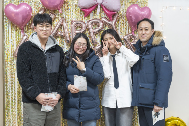 YTo1ODp7czo4OiJGaWxlTmFtZSI7czo0MDoiMjRmMjY0MTgtZWVjZS00Y2U0LTkxNmItMWQ1Mzg4YjU4YjhhLmpwZyI7czoxMjoiRmlsZURhdGVUaW1lIjtpOjE3NjczMzM2MzI7czo4OiJGaWxlU2l6ZSI7aToxODE0Mjc3O3M6ODoiRmlsZVR5cGUiO2k6MjtzOjg6Ik1pbWVUeXBlIjtzOjEwOiJpbWFnZS9qcGVnIjtzOjEzOiJTZWN0aW9uc0ZvdW5kIjtzOjMwOiJBTllfVEFHLCBJRkQwLCBUSFVNQk5BSUwsIEVYSUYiO3M6ODoiQ09NUFVURUQiO2E6OTp7czo0OiJodG1sIjtzOjI2OiJ3aWR0aD0iMTc1MiIgaGVpZ2h0PSIxMTY4IiI7czo2OiJIZWlnaHQiO2k6MTE2ODtzOjU6IldpZHRoIjtpOjE3NTI7czo3OiJJc0NvbG9yIjtpOjE7czoxNzoiQnl0ZU9yZGVyTW90b3JvbGEiO2k6MDtzOjE1OiJBcGVydHVyZUZOdW1iZXIiO3M6NToiZi80LjAiO3M6OToiQ29weXJpZ2h0IjtzOjQ6IllBQkMiO3M6MTg6IlRodW1ibmFpbC5GaWxlVHlwZSI7aToyO3M6MTg6IlRodW1ibmFpbC5NaW1lVHlwZSI7czoxMDoiaW1hZ2UvanBlZyI7fXM6NDoiTWFrZSI7czo0OiJTT05ZIjtzOjU6Ik1vZGVsIjtzOjg6IklMQ0UtN000IjtzOjExOiJYUmVzb2x1dGlvbiI7czo1OiIyNDAvMSI7czoxMToiWVJlc29sdXRpb24iO3M6NToiMjQwLzEiO3M6MTQ6IlJlc29sdXRpb25Vbml0IjtpOjI7czo4OiJTb2Z0d2FyZSI7czo1MDoiQWRvYmUgUGhvdG9zaG9wIExpZ2h0cm9vbSBDbGFzc2ljIDE1LjEgKE1hY2ludG9zaCkiO3M6ODoiRGF0ZVRpbWUiO3M6MTk6IjIwMjY6MDE6MDIgMTQ6NTU6NTMiO3M6NjoiQXJ0aXN0IjtzOjc6IllBQkNfU0ciO3M6OToiQ29weXJpZ2h0IjtzOjQ6IllBQkMiO3M6MTY6IkV4aWZfSUZEX1BvaW50ZXIiO2k6MjUyO3M6OToiVEhVTUJOQUlMIjthOjY6e3M6MTE6IkNvbXByZXNzaW9uIjtpOjY7czoxMToiWFJlc29sdXRpb24iO3M6NDoiNzIvMSI7czoxMToiWVJlc29sdXRpb24iO3M6NDoiNzIvMSI7czoxNDoiUmVzb2x1dGlvblVuaXQiO2k6MjtzOjIxOiJKUEVHSW50ZXJjaGFuZ2VGb3JtYXQiO2k6MTAzODtzOjI3OiJKUEVHSW50ZXJjaGFuZ2VGb3JtYXRMZW5ndGgiO2k6MTgxMjQ7fXM6MTI6IkV4cG9zdXJlVGltZSI7czo0OiIxLzYwIjtzOjc6IkZOdW1iZXIiO3M6MzoiNC8xIjtzOjE1OiJFeHBvc3VyZVByb2dyYW0iO2k6MTtzOjE1OiJJU09TcGVlZFJhdGluZ3MiO2k6ODAwO3M6MTk6IlVuZGVmaW5lZFRhZzoweDg4MzAiO2k6MjtzOjE5OiJVbmRlZmluZWRUYWc6MHg4ODMyIjtpOjgwMDtzOjExOiJFeGlmVmVyc2lvbiI7czo0OiIwMjMyIjtzOjE2OiJEYXRlVGltZU9yaWdpbmFsIjtzOjE5OiIyMDI1OjEyOjMxIDIwOjUzOjM3IjtzOjE3OiJEYXRlVGltZURpZ2l0aXplZCI7czoxOToiMjAyNToxMjozMSAyMDo1MzozNyI7czoxOToiVW5kZWZpbmVkVGFnOjB4OTAxMCI7czo2OiIrMDk6MDAiO3M6MTk6IlVuZGVmaW5lZFRhZzoweDkwMTEiO3M6NjoiKzA5OjAwIjtzOjE5OiJVbmRlZmluZWRUYWc6MHg5MDEyIjtzOjY6IiswOTowMCI7czoxNzoiU2h1dHRlclNwZWVkVmFsdWUiO3M6MTU6IjU5MDY4OTEvMTAwMDAwMCI7czoxMzoiQXBlcnR1cmVWYWx1ZSI7czozOiI0LzEiO3M6MTU6IkJyaWdodG5lc3NWYWx1ZSI7czo5OiI0MjE0LzI1NjAiO3M6MTc6IkV4cG9zdXJlQmlhc1ZhbHVlIjtzOjQ6IjAvMTAiO3M6MTY6Ik1heEFwZXJ0dXJlVmFsdWUiO3M6NzoiNzYwLzI1NiI7czoxMjoiTWV0ZXJpbmdNb2RlIjtpOjU7czoxMToiTGlnaHRTb3VyY2UiO2k6MDtzOjU6IkZsYXNoIjtpOjE2O3M6MTE6IkZvY2FsTGVuZ3RoIjtzOjY6IjQ0MC8xMCI7czoxODoiU3ViU2VjVGltZU9yaWdpbmFsIjtzOjM6IjY3NyI7czoxOToiU3ViU2VjVGltZURpZ2l0aXplZCI7czozOiI2NzciO3M6MTA6IkNvbG9yU3BhY2UiO2k6NjU1MzU7czoyMToiRm9jYWxQbGFuZVhSZXNvbHV0aW9uIjtzOjE0OiI2NDQ0OTMzOS8zMjc2OCI7czoyMToiRm9jYWxQbGFuZVlSZXNvbHV0aW9uIjtzOjE0OiI2NDQ0OTMzOS8zMjc2OCI7czoyNDoiRm9jYWxQbGFuZVJlc29sdXRpb25Vbml0IjtpOjM7czoxMDoiRmlsZVNvdXJjZSI7czoxOiIDIjtzOjk6IlNjZW5lVHlwZSI7czoxOiIBIjtzOjE0OiJDdXN0b21SZW5kZXJlZCI7aTowO3M6MTI6IkV4cG9zdXJlTW9kZSI7aToxO3M6MTI6IldoaXRlQmFsYW5jZSI7aTowO3M6MTY6IkRpZ2l0YWxab29tUmF0aW8iO3M6NToiMTYvMTYiO3M6MjE6IkZvY2FsTGVuZ3RoSW4zNW1tRmlsbSI7aTo0NDtzOjE2OiJTY2VuZUNhcHR1cmVUeXBlIjtpOjA7czo4OiJDb250cmFzdCI7aTowO3M6MTA6IlNhdHVyYXRpb24iO2k6MDtzOjk6IlNoYXJwbmVzcyI7aTowO3M6MTk6IlVuZGVmaW5lZFRhZzoweEE0MzIiO2E6NDp7aTowO3M6NjoiMjQwLzEwIjtpOjE7czo2OiI3MDAvMTAiO2k6MjtzOjU6IjI4LzEwIjtpOjM7czo1OiIyOC8xMCI7fXM6MTk6IlVuZGVmaW5lZFRhZzoweEE0MzQiO3M6MjE6IkZFIDI0LTcwbW0gRjIuOCBHTSBJSSI7fQ==