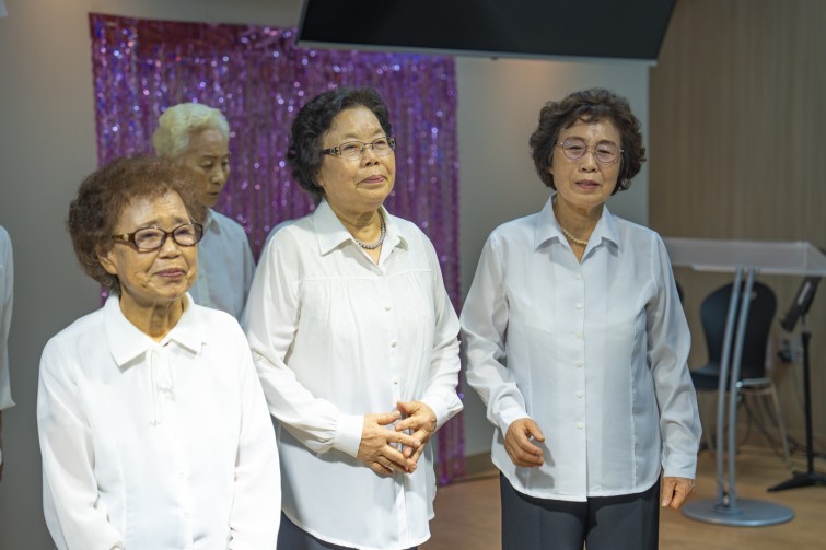 YTo1ODp7czo4OiJGaWxlTmFtZSI7czo0MDoiMjU4OGJiMjYtMjk4NS00ZjdlLTg5NGUtNTU4OTc0ZGZjZjI0LmpwZyI7czoxMjoiRmlsZURhdGVUaW1lIjtpOjE3NTEwMDAzMTM7czo4OiJGaWxlU2l6ZSI7aToxMDM4NDgzO3M6ODoiRmlsZVR5cGUiO2k6MjtzOjg6Ik1pbWVUeXBlIjtzOjEwOiJpbWFnZS9qcGVnIjtzOjEzOiJTZWN0aW9uc0ZvdW5kIjtzOjMwOiJBTllfVEFHLCBJRkQwLCBUSFVNQk5BSUwsIEVYSUYiO3M6ODoiQ09NUFVURUQiO2E6OTp7czo0OiJodG1sIjtzOjI2OiJ3aWR0aD0iMTc1MiIgaGVpZ2h0PSIxMTY4IiI7czo2OiJIZWlnaHQiO2k6MTE2ODtzOjU6IldpZHRoIjtpOjE3NTI7czo3OiJJc0NvbG9yIjtpOjE7czoxNzoiQnl0ZU9yZGVyTW90b3JvbGEiO2k6MDtzOjE1OiJBcGVydHVyZUZOdW1iZXIiO3M6NToiZi8yLjgiO3M6OToiQ29weXJpZ2h0IjtzOjQ6IllBQkMiO3M6MTg6IlRodW1ibmFpbC5GaWxlVHlwZSI7aToyO3M6MTg6IlRodW1ibmFpbC5NaW1lVHlwZSI7czoxMDoiaW1hZ2UvanBlZyI7fXM6NDoiTWFrZSI7czo0OiJTT05ZIjtzOjU6Ik1vZGVsIjtzOjg6IklMQ0UtN000IjtzOjExOiJYUmVzb2x1dGlvbiI7czo1OiIyNDAvMSI7czoxMToiWVJlc29sdXRpb24iO3M6NToiMjQwLzEiO3M6MTQ6IlJlc29sdXRpb25Vbml0IjtpOjI7czo4OiJTb2Z0d2FyZSI7czo1MDoiQWRvYmUgUGhvdG9zaG9wIExpZ2h0cm9vbSBDbGFzc2ljIDE0LjQgKE1hY2ludG9zaCkiO3M6ODoiRGF0ZVRpbWUiO3M6MTk6IjIwMjU6MDY6MjcgMTM6NTY6MTYiO3M6NjoiQXJ0aXN0IjtzOjc6IllBQkNfU0ciO3M6OToiQ29weXJpZ2h0IjtzOjQ6IllBQkMiO3M6MTY6IkV4aWZfSUZEX1BvaW50ZXIiO2k6MjUyO3M6OToiVEhVTUJOQUlMIjthOjY6e3M6MTE6IkNvbXByZXNzaW9uIjtpOjY7czoxMToiWFJlc29sdXRpb24iO3M6NDoiNzIvMSI7czoxMToiWVJlc29sdXRpb24iO3M6NDoiNzIvMSI7czoxNDoiUmVzb2x1dGlvblVuaXQiO2k6MjtzOjIxOiJKUEVHSW50ZXJjaGFuZ2VGb3JtYXQiO2k6MTAzODtzOjI3OiJKUEVHSW50ZXJjaGFuZ2VGb3JtYXRMZW5ndGgiO2k6MTMyNDY7fXM6MTI6IkV4cG9zdXJlVGltZSI7czo1OiIxLzE2MCI7czo3OiJGTnVtYmVyIjtzOjU6IjI4LzEwIjtzOjE1OiJFeHBvc3VyZVByb2dyYW0iO2k6MTtzOjE1OiJJU09TcGVlZFJhdGluZ3MiO2k6ODA7czoxOToiVW5kZWZpbmVkVGFnOjB4ODgzMCI7aToyO3M6MTk6IlVuZGVmaW5lZFRhZzoweDg4MzIiO2k6ODA7czoxMToiRXhpZlZlcnNpb24iO3M6NDoiMDIzMiI7czoxNjoiRGF0ZVRpbWVPcmlnaW5hbCI7czoxOToiMjAyNTowNjoyNyAxMDo0ODoyMiI7czoxNzoiRGF0ZVRpbWVEaWdpdGl6ZWQiO3M6MTk6IjIwMjU6MDY6MjcgMTA6NDg6MjIiO3M6MTk6IlVuZGVmaW5lZFRhZzoweDkwMTAiO3M6NjoiKzA5OjAwIjtzOjE5OiJVbmRlZmluZWRUYWc6MHg5MDExIjtzOjY6IiswOTowMCI7czoxOToiVW5kZWZpbmVkVGFnOjB4OTAxMiI7czo2OiIrMDk6MDAiO3M6MTc6IlNodXR0ZXJTcGVlZFZhbHVlIjtzOjE1OiI3MzIxOTI4LzEwMDAwMDAiO3M6MTM6IkFwZXJ0dXJlVmFsdWUiO3M6MTU6IjI5NzA4NTQvMTAwMDAwMCI7czoxNToiQnJpZ2h0bmVzc1ZhbHVlIjtzOjEwOiIxMDE1NC8yNTYwIjtzOjE3OiJFeHBvc3VyZUJpYXNWYWx1ZSI7czo0OiIwLzEwIjtzOjE2OiJNYXhBcGVydHVyZVZhbHVlIjtzOjc6Ijc2MC8yNTYiO3M6MTI6Ik1ldGVyaW5nTW9kZSI7aTo1O3M6MTE6IkxpZ2h0U291cmNlIjtpOjA7czo1OiJGbGFzaCI7aToxMztzOjExOiJGb2NhbExlbmd0aCI7czo2OiI2ODAvMTAiO3M6MTg6IlN1YlNlY1RpbWVPcmlnaW5hbCI7czozOiI1NDEiO3M6MTk6IlN1YlNlY1RpbWVEaWdpdGl6ZWQiO3M6MzoiNTQxIjtzOjEwOiJDb2xvclNwYWNlIjtpOjY1NTM1O3M6MjE6IkZvY2FsUGxhbmVYUmVzb2x1dGlvbiI7czoxNDoiNjQ0NDkzMzkvMzI3NjgiO3M6MjE6IkZvY2FsUGxhbmVZUmVzb2x1dGlvbiI7czoxNDoiNjQ0NDkzMzkvMzI3NjgiO3M6MjQ6IkZvY2FsUGxhbmVSZXNvbHV0aW9uVW5pdCI7aTozO3M6MTA6IkZpbGVTb3VyY2UiO3M6MToiAyI7czo5OiJTY2VuZVR5cGUiO3M6MToiASI7czoxNDoiQ3VzdG9tUmVuZGVyZWQiO2k6MDtzOjEyOiJFeHBvc3VyZU1vZGUiO2k6MTtzOjEyOiJXaGl0ZUJhbGFuY2UiO2k6MTtzOjE2OiJEaWdpdGFsWm9vbVJhdGlvIjtzOjU6IjE2LzE2IjtzOjIxOiJGb2NhbExlbmd0aEluMzVtbUZpbG0iO2k6Njg7czoxNjoiU2NlbmVDYXB0dXJlVHlwZSI7aTowO3M6ODoiQ29udHJhc3QiO2k6MDtzOjEwOiJTYXR1cmF0aW9uIjtpOjA7czo5OiJTaGFycG5lc3MiO2k6MDtzOjE5OiJVbmRlZmluZWRUYWc6MHhBNDMyIjthOjQ6e2k6MDtzOjY6IjI0MC8xMCI7aToxO3M6NjoiNzAwLzEwIjtpOjI7czo1OiIyOC8xMCI7aTozO3M6NToiMjgvMTAiO31zOjE5OiJVbmRlZmluZWRUYWc6MHhBNDM0IjtzOjIxOiJGRSAyNC03MG1tIEYyLjggR00gSUkiO30=