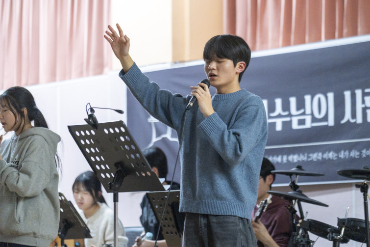 YTo1ODp7czo4OiJGaWxlTmFtZSI7czo0MDoiMjc2OGU4NjMtNmQ2ZS00MjFjLTg5NDQtY2FiYTgwZDM4YmE1LmpwZyI7czoxMjoiRmlsZURhdGVUaW1lIjtpOjE3NzA3MDQzNTI7czo4OiJGaWxlU2l6ZSI7aToxMjk3NzQ4O3M6ODoiRmlsZVR5cGUiO2k6MjtzOjg6Ik1pbWVUeXBlIjtzOjEwOiJpbWFnZS9qcGVnIjtzOjEzOiJTZWN0aW9uc0ZvdW5kIjtzOjMwOiJBTllfVEFHLCBJRkQwLCBUSFVNQk5BSUwsIEVYSUYiO3M6ODoiQ09NUFVURUQiO2E6OTp7czo0OiJodG1sIjtzOjI2OiJ3aWR0aD0iMTY0MyIgaGVpZ2h0PSIxMDk1IiI7czo2OiJIZWlnaHQiO2k6MTA5NTtzOjU6IldpZHRoIjtpOjE2NDM7czo3OiJJc0NvbG9yIjtpOjE7czoxNzoiQnl0ZU9yZGVyTW90b3JvbGEiO2k6MDtzOjE1OiJBcGVydHVyZUZOdW1iZXIiO3M6NToiZi80LjAiO3M6OToiQ29weXJpZ2h0IjtzOjQ6IllBQkMiO3M6MTg6IlRodW1ibmFpbC5GaWxlVHlwZSI7aToyO3M6MTg6IlRodW1ibmFpbC5NaW1lVHlwZSI7czoxMDoiaW1hZ2UvanBlZyI7fXM6NDoiTWFrZSI7czo0OiJTT05ZIjtzOjU6Ik1vZGVsIjtzOjg6IklMQ0UtN000IjtzOjExOiJYUmVzb2x1dGlvbiI7czo1OiIyNDAvMSI7czoxMToiWVJlc29sdXRpb24iO3M6NToiMjQwLzEiO3M6MTQ6IlJlc29sdXRpb25Vbml0IjtpOjI7czo4OiJTb2Z0d2FyZSI7czo1MjoiQWRvYmUgUGhvdG9zaG9wIExpZ2h0cm9vbSBDbGFzc2ljIDE1LjEuMSAoTWFjaW50b3NoKSI7czo4OiJEYXRlVGltZSI7czoxOToiMjAyNjowMjoxMCAxNDo1Mjo1OSI7czo2OiJBcnRpc3QiO3M6NzoiWUFCQ19TRyI7czo5OiJDb3B5cmlnaHQiO3M6NDoiWUFCQyI7czoxNjoiRXhpZl9JRkRfUG9pbnRlciI7aToyNTQ7czo5OiJUSFVNQk5BSUwiO2E6Njp7czoxMToiQ29tcHJlc3Npb24iO2k6NjtzOjExOiJYUmVzb2x1dGlvbiI7czo0OiI3Mi8xIjtzOjExOiJZUmVzb2x1dGlvbiI7czo0OiI3Mi8xIjtzOjE0OiJSZXNvbHV0aW9uVW5pdCI7aToyO3M6MjE6IkpQRUdJbnRlcmNoYW5nZUZvcm1hdCI7aToxMDQwO3M6Mjc6IkpQRUdJbnRlcmNoYW5nZUZvcm1hdExlbmd0aCI7aToxNTc0Njt9czoxMjoiRXhwb3N1cmVUaW1lIjtzOjU6IjEvMTI1IjtzOjc6IkZOdW1iZXIiO3M6MzoiNC8xIjtzOjE1OiJFeHBvc3VyZVByb2dyYW0iO2k6MTtzOjE1OiJJU09TcGVlZFJhdGluZ3MiO2k6MjUwMDtzOjE5OiJVbmRlZmluZWRUYWc6MHg4ODMwIjtpOjI7czoxOToiVW5kZWZpbmVkVGFnOjB4ODgzMiI7aToyNTAwO3M6MTE6IkV4aWZWZXJzaW9uIjtzOjQ6IjAyMzIiO3M6MTY6IkRhdGVUaW1lT3JpZ2luYWwiO3M6MTk6IjIwMjY6MDI6MDggMjA6MDI6NDMiO3M6MTc6IkRhdGVUaW1lRGlnaXRpemVkIjtzOjE5OiIyMDI2OjAyOjA4IDIwOjAyOjQzIjtzOjE5OiJVbmRlZmluZWRUYWc6MHg5MDEwIjtzOjY6IiswOTowMCI7czoxOToiVW5kZWZpbmVkVGFnOjB4OTAxMSI7czo2OiIrMDk6MDAiO3M6MTk6IlVuZGVmaW5lZFRhZzoweDkwMTIiO3M6NjoiKzA5OjAwIjtzOjE3OiJTaHV0dGVyU3BlZWRWYWx1ZSI7czoxNToiNjk2NTc4NC8xMDAwMDAwIjtzOjEzOiJBcGVydHVyZVZhbHVlIjtzOjM6IjQvMSI7czoxNToiQnJpZ2h0bmVzc1ZhbHVlIjtzOjk6Ii0yNjYvMjU2MCI7czoxNzoiRXhwb3N1cmVCaWFzVmFsdWUiO3M6NDoiMC8xMCI7czoxNjoiTWF4QXBlcnR1cmVWYWx1ZSI7czo4OiIxMDI0LzI1NiI7czoxMjoiTWV0ZXJpbmdNb2RlIjtpOjU7czoxMToiTGlnaHRTb3VyY2UiO2k6MDtzOjU6IkZsYXNoIjtpOjE2O3M6MTE6IkZvY2FsTGVuZ3RoIjtzOjc6IjE3NDAvMTAiO3M6MTg6IlN1YlNlY1RpbWVPcmlnaW5hbCI7czozOiIzMzYiO3M6MTk6IlN1YlNlY1RpbWVEaWdpdGl6ZWQiO3M6MzoiMzM2IjtzOjEwOiJDb2xvclNwYWNlIjtpOjY1NTM1O3M6MjE6IkZvY2FsUGxhbmVYUmVzb2x1dGlvbiI7czoxNDoiNjQ0NDkzMzkvMzI3NjgiO3M6MjE6IkZvY2FsUGxhbmVZUmVzb2x1dGlvbiI7czoxNDoiNjQ0NDkzMzkvMzI3NjgiO3M6MjQ6IkZvY2FsUGxhbmVSZXNvbHV0aW9uVW5pdCI7aTozO3M6MTA6IkZpbGVTb3VyY2UiO3M6MToiAyI7czo5OiJTY2VuZVR5cGUiO3M6MToiASI7czoxNDoiQ3VzdG9tUmVuZGVyZWQiO2k6MDtzOjEyOiJFeHBvc3VyZU1vZGUiO2k6MTtzOjEyOiJXaGl0ZUJhbGFuY2UiO2k6MDtzOjE2OiJEaWdpdGFsWm9vbVJhdGlvIjtzOjU6IjE2LzE2IjtzOjIxOiJGb2NhbExlbmd0aEluMzVtbUZpbG0iO2k6MTc0O3M6MTY6IlNjZW5lQ2FwdHVyZVR5cGUiO2k6MDtzOjg6IkNvbnRyYXN0IjtpOjE7czoxMDoiU2F0dXJhdGlvbiI7aToxO3M6OToiU2hhcnBuZXNzIjtpOjA7czoxOToiVW5kZWZpbmVkVGFnOjB4QTQzMiI7YTo0OntpOjA7czo2OiI3MDAvMTAiO2k6MTtzOjc6IjIwMDAvMTAiO2k6MjtzOjU6IjQwLzEwIjtpOjM7czo1OiI0MC8xMCI7fXM6MTk6IlVuZGVmaW5lZFRhZzoweEE0MzQiO3M6MjA6IkZFIDcwLTIwMG1tIEY0IEcgT1NTIjt9