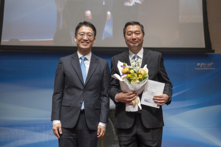 YTo1ODp7czo4OiJGaWxlTmFtZSI7czo0MDoiMjg0M2EwNjEtYmVmNS00MmRlLWI2NTQtNzdiMWE4YzYwYzU4LmpwZyI7czoxMjoiRmlsZURhdGVUaW1lIjtpOjE3Njg4ODY1MTg7czo4OiJGaWxlU2l6ZSI7aToxMDI3ODQ1O3M6ODoiRmlsZVR5cGUiO2k6MjtzOjg6Ik1pbWVUeXBlIjtzOjEwOiJpbWFnZS9qcGVnIjtzOjEzOiJTZWN0aW9uc0ZvdW5kIjtzOjMwOiJBTllfVEFHLCBJRkQwLCBUSFVNQk5BSUwsIEVYSUYiO3M6ODoiQ09NUFVURUQiO2E6OTp7czo0OiJodG1sIjtzOjI2OiJ3aWR0aD0iMTc0OCIgaGVpZ2h0PSIxMTY1IiI7czo2OiJIZWlnaHQiO2k6MTE2NTtzOjU6IldpZHRoIjtpOjE3NDg7czo3OiJJc0NvbG9yIjtpOjE7czoxNzoiQnl0ZU9yZGVyTW90b3JvbGEiO2k6MDtzOjE1OiJBcGVydHVyZUZOdW1iZXIiO3M6NToiZi8yLjgiO3M6OToiQ29weXJpZ2h0IjtzOjQ6IllBQkMiO3M6MTg6IlRodW1ibmFpbC5GaWxlVHlwZSI7aToyO3M6MTg6IlRodW1ibmFpbC5NaW1lVHlwZSI7czoxMDoiaW1hZ2UvanBlZyI7fXM6NDoiTWFrZSI7czo0OiJTT05ZIjtzOjU6Ik1vZGVsIjtzOjg6IklMQ0UtN000IjtzOjExOiJYUmVzb2x1dGlvbiI7czo1OiIyNDAvMSI7czoxMToiWVJlc29sdXRpb24iO3M6NToiMjQwLzEiO3M6MTQ6IlJlc29sdXRpb25Vbml0IjtpOjI7czo4OiJTb2Z0d2FyZSI7czo1MjoiQWRvYmUgUGhvdG9zaG9wIExpZ2h0cm9vbSBDbGFzc2ljIDE0LjEuMSAoTWFjaW50b3NoKSI7czo4OiJEYXRlVGltZSI7czoxOToiMjAyNjowMToxOSAyMToyODozNCI7czo2OiJBcnRpc3QiO3M6NzoiWUFCQ19TRyI7czo5OiJDb3B5cmlnaHQiO3M6NDoiWUFCQyI7czoxNjoiRXhpZl9JRkRfUG9pbnRlciI7aToyNTQ7czo5OiJUSFVNQk5BSUwiO2E6Njp7czoxMToiQ29tcHJlc3Npb24iO2k6NjtzOjExOiJYUmVzb2x1dGlvbiI7czo0OiI3Mi8xIjtzOjExOiJZUmVzb2x1dGlvbiI7czo0OiI3Mi8xIjtzOjE0OiJSZXNvbHV0aW9uVW5pdCI7aToyO3M6MjE6IkpQRUdJbnRlcmNoYW5nZUZvcm1hdCI7aToxMDQwO3M6Mjc6IkpQRUdJbnRlcmNoYW5nZUZvcm1hdExlbmd0aCI7aToxMTY5Njt9czoxMjoiRXhwb3N1cmVUaW1lIjtzOjU6IjEvMjAwIjtzOjc6IkZOdW1iZXIiO3M6NToiMjgvMTAiO3M6MTU6IkV4cG9zdXJlUHJvZ3JhbSI7aToxO3M6MTU6IklTT1NwZWVkUmF0aW5ncyI7aToxMjU7czoxOToiVW5kZWZpbmVkVGFnOjB4ODgzMCI7aToyO3M6MTk6IlVuZGVmaW5lZFRhZzoweDg4MzIiO2k6MTI1O3M6MTE6IkV4aWZWZXJzaW9uIjtzOjQ6IjAyMzIiO3M6MTY6IkRhdGVUaW1lT3JpZ2luYWwiO3M6MTk6IjIwMjY6MDE6MTggMTQ6MTk6NTciO3M6MTc6IkRhdGVUaW1lRGlnaXRpemVkIjtzOjE5OiIyMDI2OjAxOjE4IDE0OjE5OjU3IjtzOjE5OiJVbmRlZmluZWRUYWc6MHg5MDEwIjtzOjY6IiswOTowMCI7czoxOToiVW5kZWZpbmVkVGFnOjB4OTAxMSI7czo2OiIrMDk6MDAiO3M6MTk6IlVuZGVmaW5lZFRhZzoweDkwMTIiO3M6NjoiKzA5OjAwIjtzOjE3OiJTaHV0dGVyU3BlZWRWYWx1ZSI7czoxNToiNzY0Mzg1Ni8xMDAwMDAwIjtzOjEzOiJBcGVydHVyZVZhbHVlIjtzOjE1OiIyOTcwODU0LzEwMDAwMDAiO3M6MTU6IkJyaWdodG5lc3NWYWx1ZSI7czo5OiI4NTU0LzI1NjAiO3M6MTc6IkV4cG9zdXJlQmlhc1ZhbHVlIjtzOjQ6IjAvMTAiO3M6MTY6Ik1heEFwZXJ0dXJlVmFsdWUiO3M6NzoiNzYwLzI1NiI7czoxMjoiTWV0ZXJpbmdNb2RlIjtpOjU7czoxMToiTGlnaHRTb3VyY2UiO2k6MjU1O3M6NToiRmxhc2giO2k6MTM7czoxMToiRm9jYWxMZW5ndGgiO3M6NjoiNTAwLzEwIjtzOjE4OiJTdWJTZWNUaW1lT3JpZ2luYWwiO3M6MzoiMDEzIjtzOjE5OiJTdWJTZWNUaW1lRGlnaXRpemVkIjtzOjM6IjAxMyI7czoxMDoiQ29sb3JTcGFjZSI7aTo2NTUzNTtzOjIxOiJGb2NhbFBsYW5lWFJlc29sdXRpb24iO3M6MTQ6IjY0NDQ5MzM5LzMyNzY4IjtzOjIxOiJGb2NhbFBsYW5lWVJlc29sdXRpb24iO3M6MTQ6IjY0NDQ5MzM5LzMyNzY4IjtzOjI0OiJGb2NhbFBsYW5lUmVzb2x1dGlvblVuaXQiO2k6MztzOjEwOiJGaWxlU291cmNlIjtzOjE6IgMiO3M6OToiU2NlbmVUeXBlIjtzOjE6IgEiO3M6MTQ6IkN1c3RvbVJlbmRlcmVkIjtpOjA7czoxMjoiRXhwb3N1cmVNb2RlIjtpOjE7czoxMjoiV2hpdGVCYWxhbmNlIjtpOjE7czoxNjoiRGlnaXRhbFpvb21SYXRpbyI7czo1OiIxNi8xNiI7czoyMToiRm9jYWxMZW5ndGhJbjM1bW1GaWxtIjtpOjUwO3M6MTY6IlNjZW5lQ2FwdHVyZVR5cGUiO2k6MDtzOjg6IkNvbnRyYXN0IjtpOjE7czoxMDoiU2F0dXJhdGlvbiI7aToxO3M6OToiU2hhcnBuZXNzIjtpOjA7czoxOToiVW5kZWZpbmVkVGFnOjB4QTQzMiI7YTo0OntpOjA7czo2OiIyNDAvMTAiO2k6MTtzOjY6IjcwMC8xMCI7aToyO3M6NToiMjgvMTAiO2k6MztzOjU6IjI4LzEwIjt9czoxOToiVW5kZWZpbmVkVGFnOjB4QTQzNCI7czoyMToiRkUgMjQtNzBtbSBGMi44IEdNIElJIjt9