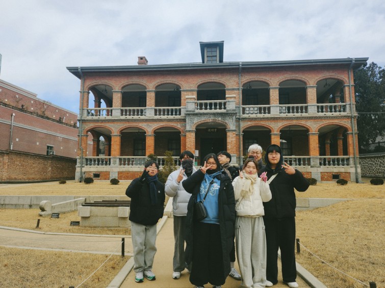 YTo0MTp7czo4OiJGaWxlTmFtZSI7czo0MDoiMjg2M2QzNzItMWU3NC00MjMxLTgzZjYtMWRiYzcwZjZhODFmLmpwZyI7czoxMjoiRmlsZURhdGVUaW1lIjtpOjE3Mzg5MDkyOTg7czo4OiJGaWxlU2l6ZSI7aTo3NDUzMjM7czo4OiJGaWxlVHlwZSI7aToyO3M6ODoiTWltZVR5cGUiO3M6MTA6ImltYWdlL2pwZWciO3M6MTM6IlNlY3Rpb25zRm91bmQiO3M6MzA6IkFOWV9UQUcsIElGRDAsIFRIVU1CTkFJTCwgRVhJRiI7czo4OiJDT01QVVRFRCI7YTo4OntzOjQ6Imh0bWwiO3M6MjU6IndpZHRoPSIxMDAwIiBoZWlnaHQ9Ijc1MCIiO3M6NjoiSGVpZ2h0IjtpOjc1MDtzOjU6IldpZHRoIjtpOjEwMDA7czo3OiJJc0NvbG9yIjtpOjE7czoxNzoiQnl0ZU9yZGVyTW90b3JvbGEiO2k6MDtzOjE1OiJBcGVydHVyZUZOdW1iZXIiO3M6NToiZi8xLjgiO3M6MTg6IlRodW1ibmFpbC5GaWxlVHlwZSI7aToyO3M6MTg6IlRodW1ibmFpbC5NaW1lVHlwZSI7czoxMDoiaW1hZ2UvanBlZyI7fXM6NDoiTWFrZSI7czo3OiJzYW1zdW5nIjtzOjU6Ik1vZGVsIjtzOjg6IlNNLUY3MjFOIjtzOjExOiJYUmVzb2x1dGlvbiI7czo1OiIyNDAvMSI7czoxMToiWVJlc29sdXRpb24iO3M6NToiMjQwLzEiO3M6MTQ6IlJlc29sdXRpb25Vbml0IjtpOjI7czo4OiJTb2Z0d2FyZSI7czo1MjoiQWRvYmUgUGhvdG9zaG9wIExpZ2h0cm9vbSBDbGFzc2ljIDE0LjEuMSAoTWFjaW50b3NoKSI7czo4OiJEYXRlVGltZSI7czoxOToiMjAyNTowMjowNyAxNToxOTozOCI7czoxNjoiRXhpZl9JRkRfUG9pbnRlciI7aToyMTg7czo5OiJUSFVNQk5BSUwiO2E6Njp7czoxMToiQ29tcHJlc3Npb24iO2k6NjtzOjExOiJYUmVzb2x1dGlvbiI7czo0OiI3Mi8xIjtzOjExOiJZUmVzb2x1dGlvbiI7czo0OiI3Mi8xIjtzOjE0OiJSZXNvbHV0aW9uVW5pdCI7aToyO3M6MjE6IkpQRUdJbnRlcmNoYW5nZUZvcm1hdCI7aTo3NDY7czoyNzoiSlBFR0ludGVyY2hhbmdlRm9ybWF0TGVuZ3RoIjtpOjE3MjEyO31zOjEyOiJFeHBvc3VyZVRpbWUiO3M6NjoiMS8xNjAwIjtzOjc6IkZOdW1iZXIiO3M6NToiMTgvMTAiO3M6MTU6IkV4cG9zdXJlUHJvZ3JhbSI7aToyO3M6MTU6IklTT1NwZWVkUmF0aW5ncyI7aTo1MDtzOjExOiJFeGlmVmVyc2lvbiI7czo0OiIwMjMxIjtzOjE2OiJEYXRlVGltZU9yaWdpbmFsIjtzOjE5OiIyMDI1OjAyOjA1IDExOjI0OjQ1IjtzOjE3OiJEYXRlVGltZURpZ2l0aXplZCI7czoxOToiMjAyNTowMjowNSAxMToyNDo0NSI7czoxOToiVW5kZWZpbmVkVGFnOjB4OTAxMCI7czo2OiIrMDk6MDAiO3M6MTk6IlVuZGVmaW5lZFRhZzoweDkwMTEiO3M6NjoiKzA5OjAwIjtzOjE3OiJTaHV0dGVyU3BlZWRWYWx1ZSI7czoxNjoiMTA2NDM4NTYvMTAwMDAwMCI7czoxMzoiQXBlcnR1cmVWYWx1ZSI7czoxNToiMTY5NTk5NC8xMDAwMDAwIjtzOjE1OiJCcmlnaHRuZXNzVmFsdWUiO3M6NzoiODUxLzEwMCI7czoxNzoiRXhwb3N1cmVCaWFzVmFsdWUiO3M6NToiMC8xMDAiO3M6MTY6Ik1heEFwZXJ0dXJlVmFsdWUiO3M6NzoiMTY5LzEwMCI7czoxMjoiTWV0ZXJpbmdNb2RlIjtpOjI7czo1OiJGbGFzaCI7aTowO3M6MTE6IkZvY2FsTGVuZ3RoIjtzOjc6IjUwMC8xMDAiO3M6MTg6IlN1YlNlY1RpbWVPcmlnaW5hbCI7czozOiIxNDYiO3M6MTk6IlN1YlNlY1RpbWVEaWdpdGl6ZWQiO3M6MzoiMTQ2IjtzOjEwOiJDb2xvclNwYWNlIjtpOjY1NTM1O3M6MTI6IkV4cG9zdXJlTW9kZSI7aTowO3M6MTI6IldoaXRlQmFsYW5jZSI7aTowO3M6MTY6IkRpZ2l0YWxab29tUmF0aW8iO3M6NzoiMTAwLzEwMCI7czoyMToiRm9jYWxMZW5ndGhJbjM1bW1GaWxtIjtpOjI0O3M6MTY6IlNjZW5lQ2FwdHVyZVR5cGUiO2k6MDt9