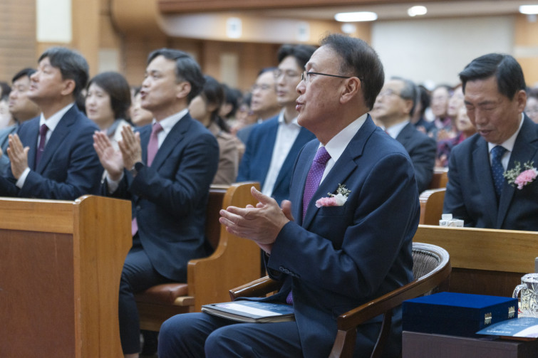 YTo1ODp7czo4OiJGaWxlTmFtZSI7czo0MDoiMmU2YWU1MGEtMDAwYi00Y2MwLTlkMmEtM2M1NWMxOTdjMjg2LmpwZyI7czoxMjoiRmlsZURhdGVUaW1lIjtpOjE3MzIwMDI0MzY7czo4OiJGaWxlU2l6ZSI7aToxMzY1NzU4O3M6ODoiRmlsZVR5cGUiO2k6MjtzOjg6Ik1pbWVUeXBlIjtzOjEwOiJpbWFnZS9qcGVnIjtzOjEzOiJTZWN0aW9uc0ZvdW5kIjtzOjMwOiJBTllfVEFHLCBJRkQwLCBUSFVNQk5BSUwsIEVYSUYiO3M6ODoiQ09NUFVURUQiO2E6OTp7czo0OiJodG1sIjtzOjI2OiJ3aWR0aD0iMTc1MiIgaGVpZ2h0PSIxMTY4IiI7czo2OiJIZWlnaHQiO2k6MTE2ODtzOjU6IldpZHRoIjtpOjE3NTI7czo3OiJJc0NvbG9yIjtpOjE7czoxNzoiQnl0ZU9yZGVyTW90b3JvbGEiO2k6MDtzOjE1OiJBcGVydHVyZUZOdW1iZXIiO3M6NToiZi80LjAiO3M6OToiQ29weXJpZ2h0IjtzOjQ6IllBQkMiO3M6MTg6IlRodW1ibmFpbC5GaWxlVHlwZSI7aToyO3M6MTg6IlRodW1ibmFpbC5NaW1lVHlwZSI7czoxMDoiaW1hZ2UvanBlZyI7fXM6NDoiTWFrZSI7czo0OiJTT05ZIjtzOjU6Ik1vZGVsIjtzOjg6IklMQ0UtN000IjtzOjExOiJYUmVzb2x1dGlvbiI7czo1OiIyNDAvMSI7czoxMToiWVJlc29sdXRpb24iO3M6NToiMjQwLzEiO3M6MTQ6IlJlc29sdXRpb25Vbml0IjtpOjI7czo4OiJTb2Z0d2FyZSI7czo1MDoiQWRvYmUgUGhvdG9zaG9wIExpZ2h0cm9vbSBDbGFzc2ljIDEzLjIgKE1hY2ludG9zaCkiO3M6ODoiRGF0ZVRpbWUiO3M6MTk6IjIwMjQ6MTE6MTkgMTY6NDI6MDkiO3M6NjoiQXJ0aXN0IjtzOjc6IllBQkNfU0ciO3M6OToiQ29weXJpZ2h0IjtzOjQ6IllBQkMiO3M6MTY6IkV4aWZfSUZEX1BvaW50ZXIiO2k6MjUyO3M6OToiVEhVTUJOQUlMIjthOjY6e3M6MTE6IkNvbXByZXNzaW9uIjtpOjY7czoxMToiWFJlc29sdXRpb24iO3M6NDoiNzIvMSI7czoxMToiWVJlc29sdXRpb24iO3M6NDoiNzIvMSI7czoxNDoiUmVzb2x1dGlvblVuaXQiO2k6MjtzOjIxOiJKUEVHSW50ZXJjaGFuZ2VGb3JtYXQiO2k6MTAzODtzOjI3OiJKUEVHSW50ZXJjaGFuZ2VGb3JtYXRMZW5ndGgiO2k6MTYzODI7fXM6MTI6IkV4cG9zdXJlVGltZSI7czo1OiIxLzIwMCI7czo3OiJGTnVtYmVyIjtzOjM6IjQvMSI7czoxNToiRXhwb3N1cmVQcm9ncmFtIjtpOjE7czoxNToiSVNPU3BlZWRSYXRpbmdzIjtpOjEyNTA7czoxOToiVW5kZWZpbmVkVGFnOjB4ODgzMCI7aToyO3M6MTk6IlVuZGVmaW5lZFRhZzoweDg4MzIiO2k6MTI1MDtzOjExOiJFeGlmVmVyc2lvbiI7czo0OiIwMjMyIjtzOjE2OiJEYXRlVGltZU9yaWdpbmFsIjtzOjE5OiIyMDI0OjExOjE3IDE0OjU4OjM1IjtzOjE3OiJEYXRlVGltZURpZ2l0aXplZCI7czoxOToiMjAyNDoxMToxNyAxNDo1ODozNSI7czoxOToiVW5kZWZpbmVkVGFnOjB4OTAxMCI7czo2OiIrMDk6MDAiO3M6MTk6IlVuZGVmaW5lZFRhZzoweDkwMTEiO3M6NjoiKzA5OjAwIjtzOjE5OiJVbmRlZmluZWRUYWc6MHg5MDEyIjtzOjY6IiswOTowMCI7czoxNzoiU2h1dHRlclNwZWVkVmFsdWUiO3M6MTU6Ijc2NDM4NTYvMTAwMDAwMCI7czoxMzoiQXBlcnR1cmVWYWx1ZSI7czozOiI0LzEiO3M6MTU6IkJyaWdodG5lc3NWYWx1ZSI7czo5OiIxMzM0LzI1NjAiO3M6MTc6IkV4cG9zdXJlQmlhc1ZhbHVlIjtzOjQ6IjAvMTAiO3M6MTY6Ik1heEFwZXJ0dXJlVmFsdWUiO3M6ODoiMTAyNC8yNTYiO3M6MTI6Ik1ldGVyaW5nTW9kZSI7aToyNTU7czoxMToiTGlnaHRTb3VyY2UiO2k6MDtzOjU6IkZsYXNoIjtpOjE2O3M6MTE6IkZvY2FsTGVuZ3RoIjtzOjY6Ijk2MC8xMCI7czoxODoiU3ViU2VjVGltZU9yaWdpbmFsIjtzOjM6IjI5NyI7czoxOToiU3ViU2VjVGltZURpZ2l0aXplZCI7czozOiIyOTciO3M6MTA6IkNvbG9yU3BhY2UiO2k6NjU1MzU7czoyMToiRm9jYWxQbGFuZVhSZXNvbHV0aW9uIjtzOjE0OiI2NDQ0OTMzOS8zMjc2OCI7czoyMToiRm9jYWxQbGFuZVlSZXNvbHV0aW9uIjtzOjE0OiI2NDQ0OTMzOS8zMjc2OCI7czoyNDoiRm9jYWxQbGFuZVJlc29sdXRpb25Vbml0IjtpOjM7czoxMDoiRmlsZVNvdXJjZSI7czoxOiIDIjtzOjk6IlNjZW5lVHlwZSI7czoxOiIBIjtzOjE0OiJDdXN0b21SZW5kZXJlZCI7aTowO3M6MTI6IkV4cG9zdXJlTW9kZSI7aToxO3M6MTI6IldoaXRlQmFsYW5jZSI7aTowO3M6MTY6IkRpZ2l0YWxab29tUmF0aW8iO3M6NToiMTYvMTYiO3M6MjE6IkZvY2FsTGVuZ3RoSW4zNW1tRmlsbSI7aTo5NjtzOjE2OiJTY2VuZUNhcHR1cmVUeXBlIjtpOjA7czo4OiJDb250cmFzdCI7aTowO3M6MTA6IlNhdHVyYXRpb24iO2k6MDtzOjk6IlNoYXJwbmVzcyI7aTowO3M6MTk6IlVuZGVmaW5lZFRhZzoweEE0MzIiO2E6NDp7aTowO3M6NjoiNzAwLzEwIjtpOjE7czo3OiIyMDAwLzEwIjtpOjI7czo1OiI0MC8xMCI7aTozO3M6NToiNDAvMTAiO31zOjE5OiJVbmRlZmluZWRUYWc6MHhBNDM0IjtzOjIwOiJGRSA3MC0yMDBtbSBGNCBHIE9TUyI7fQ==