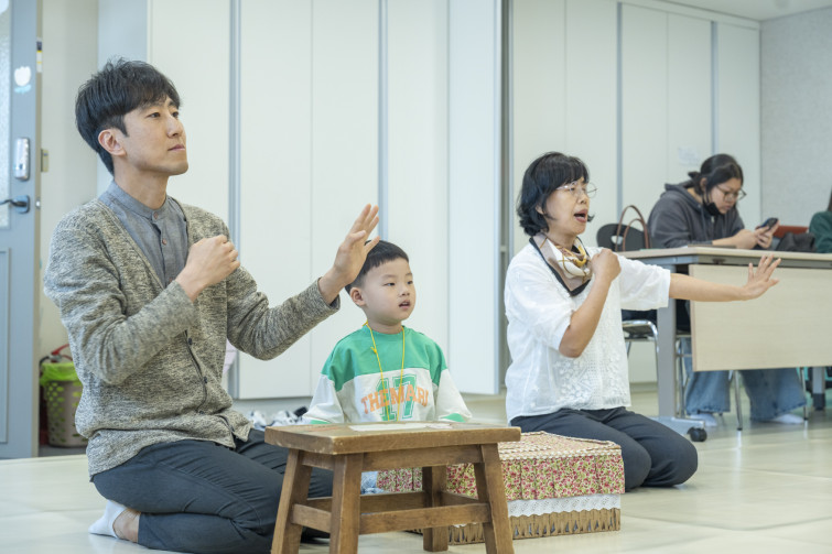 YTo1ODp7czo4OiJGaWxlTmFtZSI7czo0MDoiMmZmOTNmMmEtODBhMy00NDg0LTg5NjUtMjNjYmVlNDc0ZTA4LmpwZyI7czoxMjoiRmlsZURhdGVUaW1lIjtpOjE3NDY1ODM1NjQ7czo4OiJGaWxlU2l6ZSI7aToxMTkxNjg5O3M6ODoiRmlsZVR5cGUiO2k6MjtzOjg6Ik1pbWVUeXBlIjtzOjEwOiJpbWFnZS9qcGVnIjtzOjEzOiJTZWN0aW9uc0ZvdW5kIjtzOjMwOiJBTllfVEFHLCBJRkQwLCBUSFVNQk5BSUwsIEVYSUYiO3M6ODoiQ09NUFVURUQiO2E6OTp7czo0OiJodG1sIjtzOjI2OiJ3aWR0aD0iMTc1MiIgaGVpZ2h0PSIxMTY4IiI7czo2OiJIZWlnaHQiO2k6MTE2ODtzOjU6IldpZHRoIjtpOjE3NTI7czo3OiJJc0NvbG9yIjtpOjE7czoxNzoiQnl0ZU9yZGVyTW90b3JvbGEiO2k6MDtzOjE1OiJBcGVydHVyZUZOdW1iZXIiO3M6NToiZi80LjUiO3M6OToiQ29weXJpZ2h0IjtzOjQ6IllBQkMiO3M6MTg6IlRodW1ibmFpbC5GaWxlVHlwZSI7aToyO3M6MTg6IlRodW1ibmFpbC5NaW1lVHlwZSI7czoxMDoiaW1hZ2UvanBlZyI7fXM6NDoiTWFrZSI7czo0OiJTT05ZIjtzOjU6Ik1vZGVsIjtzOjg6IklMQ0UtN000IjtzOjExOiJYUmVzb2x1dGlvbiI7czo1OiIyNDAvMSI7czoxMToiWVJlc29sdXRpb24iO3M6NToiMjQwLzEiO3M6MTQ6IlJlc29sdXRpb25Vbml0IjtpOjI7czo4OiJTb2Z0d2FyZSI7czo1MDoiQWRvYmUgUGhvdG9zaG9wIExpZ2h0cm9vbSBDbGFzc2ljIDE0LjMgKE1hY2ludG9zaCkiO3M6ODoiRGF0ZVRpbWUiO3M6MTk6IjIwMjU6MDU6MDQgMTU6MzY6NDEiO3M6NjoiQXJ0aXN0IjtzOjc6IllBQkNfU0ciO3M6OToiQ29weXJpZ2h0IjtzOjQ6IllBQkMiO3M6MTY6IkV4aWZfSUZEX1BvaW50ZXIiO2k6MjUyO3M6OToiVEhVTUJOQUlMIjthOjY6e3M6MTE6IkNvbXByZXNzaW9uIjtpOjY7czoxMToiWFJlc29sdXRpb24iO3M6NDoiNzIvMSI7czoxMToiWVJlc29sdXRpb24iO3M6NDoiNzIvMSI7czoxNDoiUmVzb2x1dGlvblVuaXQiO2k6MjtzOjIxOiJKUEVHSW50ZXJjaGFuZ2VGb3JtYXQiO2k6MTAzODtzOjI3OiJKUEVHSW50ZXJjaGFuZ2VGb3JtYXRMZW5ndGgiO2k6MTM5ODA7fXM6MTI6IkV4cG9zdXJlVGltZSI7czo1OiIxLzEyNSI7czo3OiJGTnVtYmVyIjtzOjU6IjQ1LzEwIjtzOjE1OiJFeHBvc3VyZVByb2dyYW0iO2k6MTtzOjE1OiJJU09TcGVlZFJhdGluZ3MiO2k6ODAwO3M6MTk6IlVuZGVmaW5lZFRhZzoweDg4MzAiO2k6MjtzOjE5OiJVbmRlZmluZWRUYWc6MHg4ODMyIjtpOjgwMDtzOjExOiJFeGlmVmVyc2lvbiI7czo0OiIwMjMyIjtzOjE2OiJEYXRlVGltZU9yaWdpbmFsIjtzOjE5OiIyMDI1OjA1OjA0IDExOjM1OjE3IjtzOjE3OiJEYXRlVGltZURpZ2l0aXplZCI7czoxOToiMjAyNTowNTowNCAxMTozNToxNyI7czoxOToiVW5kZWZpbmVkVGFnOjB4OTAxMCI7czo2OiIrMDk6MDAiO3M6MTk6IlVuZGVmaW5lZFRhZzoweDkwMTEiO3M6NjoiKzA5OjAwIjtzOjE5OiJVbmRlZmluZWRUYWc6MHg5MDEyIjtzOjY6IiswOTowMCI7czoxNzoiU2h1dHRlclNwZWVkVmFsdWUiO3M6MTU6IjY5NjU3ODQvMTAwMDAwMCI7czoxMzoiQXBlcnR1cmVWYWx1ZSI7czoxMzoiNDMzOTg1LzEwMDAwMCI7czoxNToiQnJpZ2h0bmVzc1ZhbHVlIjtzOjk6Ijk1OTQvMjU2MCI7czoxNzoiRXhwb3N1cmVCaWFzVmFsdWUiO3M6NDoiMC8xMCI7czoxNjoiTWF4QXBlcnR1cmVWYWx1ZSI7czo3OiI3NjAvMjU2IjtzOjEyOiJNZXRlcmluZ01vZGUiO2k6NTtzOjExOiJMaWdodFNvdXJjZSI7aTowO3M6NToiRmxhc2giO2k6MTY7czoxMToiRm9jYWxMZW5ndGgiO3M6NjoiNTgwLzEwIjtzOjE4OiJTdWJTZWNUaW1lT3JpZ2luYWwiO3M6MzoiOTE2IjtzOjE5OiJTdWJTZWNUaW1lRGlnaXRpemVkIjtzOjM6IjkxNiI7czoxMDoiQ29sb3JTcGFjZSI7aTo2NTUzNTtzOjIxOiJGb2NhbFBsYW5lWFJlc29sdXRpb24iO3M6MTQ6IjY0NDQ5MzM5LzMyNzY4IjtzOjIxOiJGb2NhbFBsYW5lWVJlc29sdXRpb24iO3M6MTQ6IjY0NDQ5MzM5LzMyNzY4IjtzOjI0OiJGb2NhbFBsYW5lUmVzb2x1dGlvblVuaXQiO2k6MztzOjEwOiJGaWxlU291cmNlIjtzOjE6IgMiO3M6OToiU2NlbmVUeXBlIjtzOjE6IgEiO3M6MTQ6IkN1c3RvbVJlbmRlcmVkIjtpOjA7czoxMjoiRXhwb3N1cmVNb2RlIjtpOjE7czoxMjoiV2hpdGVCYWxhbmNlIjtpOjE7czoxNjoiRGlnaXRhbFpvb21SYXRpbyI7czo1OiIxNi8xNiI7czoyMToiRm9jYWxMZW5ndGhJbjM1bW1GaWxtIjtpOjU4O3M6MTY6IlNjZW5lQ2FwdHVyZVR5cGUiO2k6MDtzOjg6IkNvbnRyYXN0IjtpOjA7czoxMDoiU2F0dXJhdGlvbiI7aTowO3M6OToiU2hhcnBuZXNzIjtpOjA7czoxOToiVW5kZWZpbmVkVGFnOjB4QTQzMiI7YTo0OntpOjA7czo2OiIyNDAvMTAiO2k6MTtzOjY6IjcwMC8xMCI7aToyO3M6NToiMjgvMTAiO2k6MztzOjU6IjI4LzEwIjt9czoxOToiVW5kZWZpbmVkVGFnOjB4QTQzNCI7czoyMToiRkUgMjQtNzBtbSBGMi44IEdNIElJIjt9