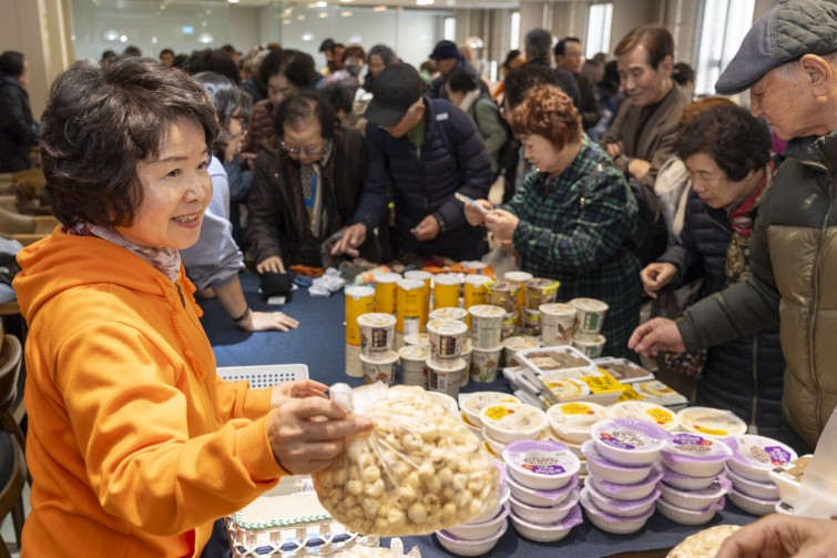 YTo1ODp7czo4OiJGaWxlTmFtZSI7czo0MDoiMzc0MTgyMDEtNDU5NC00NDlmLWEzMDQtOTY0ZGFlZDYzYTljLmpwZyI7czoxMjoiRmlsZURhdGVUaW1lIjtpOjE3NjQzMTg1ODE7czo4OiJGaWxlU2l6ZSI7aToxNTQ0MjI2O3M6ODoiRmlsZVR5cGUiO2k6MjtzOjg6Ik1pbWVUeXBlIjtzOjEwOiJpbWFnZS9qcGVnIjtzOjEzOiJTZWN0aW9uc0ZvdW5kIjtzOjMwOiJBTllfVEFHLCBJRkQwLCBUSFVNQk5BSUwsIEVYSUYiO3M6ODoiQ09NUFVURUQiO2E6OTp7czo0OiJodG1sIjtzOjI2OiJ3aWR0aD0iMTc0MyIgaGVpZ2h0PSIxMTYyIiI7czo2OiJIZWlnaHQiO2k6MTE2MjtzOjU6IldpZHRoIjtpOjE3NDM7czo3OiJJc0NvbG9yIjtpOjE7czoxNzoiQnl0ZU9yZGVyTW90b3JvbGEiO2k6MDtzOjE1OiJBcGVydHVyZUZOdW1iZXIiO3M6NToiZi80LjAiO3M6OToiQ29weXJpZ2h0IjtzOjQ6IllBQkMiO3M6MTg6IlRodW1ibmFpbC5GaWxlVHlwZSI7aToyO3M6MTg6IlRodW1ibmFpbC5NaW1lVHlwZSI7czoxMDoiaW1hZ2UvanBlZyI7fXM6NDoiTWFrZSI7czo0OiJTT05ZIjtzOjU6Ik1vZGVsIjtzOjg6IklMQ0UtN000IjtzOjExOiJYUmVzb2x1dGlvbiI7czo1OiIyNDAvMSI7czoxMToiWVJlc29sdXRpb24iO3M6NToiMjQwLzEiO3M6MTQ6IlJlc29sdXRpb25Vbml0IjtpOjI7czo4OiJTb2Z0d2FyZSI7czo1MjoiQWRvYmUgUGhvdG9zaG9wIExpZ2h0cm9vbSBDbGFzc2ljIDE1LjAuMSAoTWFjaW50b3NoKSI7czo4OiJEYXRlVGltZSI7czoxOToiMjAyNToxMToyOCAxNzowMjoyNyI7czo2OiJBcnRpc3QiO3M6NzoiWUFCQ19TRyI7czo5OiJDb3B5cmlnaHQiO3M6NDoiWUFCQyI7czoxNjoiRXhpZl9JRkRfUG9pbnRlciI7aToyNTQ7czo5OiJUSFVNQk5BSUwiO2E6Njp7czoxMToiQ29tcHJlc3Npb24iO2k6NjtzOjExOiJYUmVzb2x1dGlvbiI7czo0OiI3Mi8xIjtzOjExOiJZUmVzb2x1dGlvbiI7czo0OiI3Mi8xIjtzOjE0OiJSZXNvbHV0aW9uVW5pdCI7aToyO3M6MjE6IkpQRUdJbnRlcmNoYW5nZUZvcm1hdCI7aToxMDQwO3M6Mjc6IkpQRUdJbnRlcmNoYW5nZUZvcm1hdExlbmd0aCI7aToyMTQ3Mzt9czoxMjoiRXhwb3N1cmVUaW1lIjtzOjU6IjEvMjAwIjtzOjc6IkZOdW1iZXIiO3M6MzoiNC8xIjtzOjE1OiJFeHBvc3VyZVByb2dyYW0iO2k6MTtzOjE1OiJJU09TcGVlZFJhdGluZ3MiO2k6MzIwO3M6MTk6IlVuZGVmaW5lZFRhZzoweDg4MzAiO2k6MjtzOjE5OiJVbmRlZmluZWRUYWc6MHg4ODMyIjtpOjMyMDtzOjExOiJFeGlmVmVyc2lvbiI7czo0OiIwMjMyIjtzOjE2OiJEYXRlVGltZU9yaWdpbmFsIjtzOjE5OiIyMDI1OjExOjI4IDEyOjAxOjEwIjtzOjE3OiJEYXRlVGltZURpZ2l0aXplZCI7czoxOToiMjAyNToxMToyOCAxMjowMToxMCI7czoxOToiVW5kZWZpbmVkVGFnOjB4OTAxMCI7czo2OiIrMDk6MDAiO3M6MTk6IlVuZGVmaW5lZFRhZzoweDkwMTEiO3M6NjoiKzA5OjAwIjtzOjE5OiJVbmRlZmluZWRUYWc6MHg5MDEyIjtzOjY6IiswOTowMCI7czoxNzoiU2h1dHRlclNwZWVkVmFsdWUiO3M6MTU6Ijc2NDM4NTYvMTAwMDAwMCI7czoxMzoiQXBlcnR1cmVWYWx1ZSI7czozOiI0LzEiO3M6MTU6IkJyaWdodG5lc3NWYWx1ZSI7czo5OiI1Mzk0LzI1NjAiO3M6MTc6IkV4cG9zdXJlQmlhc1ZhbHVlIjtzOjQ6IjAvMTAiO3M6MTY6Ik1heEFwZXJ0dXJlVmFsdWUiO3M6ODoiMTAyNC8yNTYiO3M6MTI6Ik1ldGVyaW5nTW9kZSI7aTo1O3M6MTE6IkxpZ2h0U291cmNlIjtpOjA7czo1OiJGbGFzaCI7aToxMztzOjExOiJGb2NhbExlbmd0aCI7czo2OiIzMjAvMTAiO3M6MTg6IlN1YlNlY1RpbWVPcmlnaW5hbCI7czozOiIwMTciO3M6MTk6IlN1YlNlY1RpbWVEaWdpdGl6ZWQiO3M6MzoiMDE3IjtzOjEwOiJDb2xvclNwYWNlIjtpOjY1NTM1O3M6MjE6IkZvY2FsUGxhbmVYUmVzb2x1dGlvbiI7czoxNDoiNjQ0NDkzMzkvMzI3NjgiO3M6MjE6IkZvY2FsUGxhbmVZUmVzb2x1dGlvbiI7czoxNDoiNjQ0NDkzMzkvMzI3NjgiO3M6MjQ6IkZvY2FsUGxhbmVSZXNvbHV0aW9uVW5pdCI7aTozO3M6MTA6IkZpbGVTb3VyY2UiO3M6MToiAyI7czo5OiJTY2VuZVR5cGUiO3M6MToiASI7czoxNDoiQ3VzdG9tUmVuZGVyZWQiO2k6MDtzOjEyOiJFeHBvc3VyZU1vZGUiO2k6MTtzOjEyOiJXaGl0ZUJhbGFuY2UiO2k6MTtzOjE2OiJEaWdpdGFsWm9vbVJhdGlvIjtzOjU6IjE2LzE2IjtzOjIxOiJGb2NhbExlbmd0aEluMzVtbUZpbG0iO2k6MzI7czoxNjoiU2NlbmVDYXB0dXJlVHlwZSI7aTowO3M6ODoiQ29udHJhc3QiO2k6MDtzOjEwOiJTYXR1cmF0aW9uIjtpOjA7czo5OiJTaGFycG5lc3MiO2k6MDtzOjE5OiJVbmRlZmluZWRUYWc6MHhBNDMyIjthOjQ6e2k6MDtzOjY6IjI0MC8xMCI7aToxO3M6NzoiMTA1MC8xMCI7aToyO3M6NToiNDAvMTAiO2k6MztzOjU6IjQwLzEwIjt9czoxOToiVW5kZWZpbmVkVGFnOjB4QTQzNCI7czoyMDoiRkUgMjQtMTA1bW0gRjQgRyBPU1MiO30=