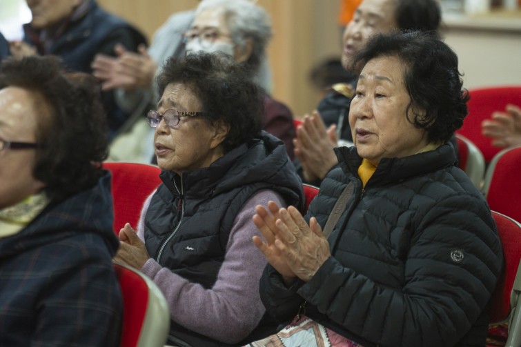 YTo1ODp7czo4OiJGaWxlTmFtZSI7czo0MDoiMzg1ZjhmMDctYjIwYS00ZWNmLTg1NjgtOTA1MTJhOWM5ZDAxLmpwZyI7czoxMjoiRmlsZURhdGVUaW1lIjtpOjE3NDIwMjQ1MDQ7czo4OiJGaWxlU2l6ZSI7aToxMjMyNDk5O3M6ODoiRmlsZVR5cGUiO2k6MjtzOjg6Ik1pbWVUeXBlIjtzOjEwOiJpbWFnZS9qcGVnIjtzOjEzOiJTZWN0aW9uc0ZvdW5kIjtzOjMwOiJBTllfVEFHLCBJRkQwLCBUSFVNQk5BSUwsIEVYSUYiO3M6ODoiQ09NUFVURUQiO2E6OTp7czo0OiJodG1sIjtzOjI2OiJ3aWR0aD0iMTc1MiIgaGVpZ2h0PSIxMTY4IiI7czo2OiJIZWlnaHQiO2k6MTE2ODtzOjU6IldpZHRoIjtpOjE3NTI7czo3OiJJc0NvbG9yIjtpOjE7czoxNzoiQnl0ZU9yZGVyTW90b3JvbGEiO2k6MDtzOjE1OiJBcGVydHVyZUZOdW1iZXIiO3M6NToiZi80LjAiO3M6OToiQ29weXJpZ2h0IjtzOjQ6IllBQkMiO3M6MTg6IlRodW1ibmFpbC5GaWxlVHlwZSI7aToyO3M6MTg6IlRodW1ibmFpbC5NaW1lVHlwZSI7czoxMDoiaW1hZ2UvanBlZyI7fXM6NDoiTWFrZSI7czo0OiJTT05ZIjtzOjU6Ik1vZGVsIjtzOjg6IklMQ0UtN000IjtzOjExOiJYUmVzb2x1dGlvbiI7czo1OiIyNDAvMSI7czoxMToiWVJlc29sdXRpb24iO3M6NToiMjQwLzEiO3M6MTQ6IlJlc29sdXRpb25Vbml0IjtpOjI7czo4OiJTb2Z0d2FyZSI7czo1MDoiQWRvYmUgUGhvdG9zaG9wIExpZ2h0cm9vbSBDbGFzc2ljIDE0LjIgKE1hY2ludG9zaCkiO3M6ODoiRGF0ZVRpbWUiO3M6MTk6IjIwMjU6MDM6MTUgMTU6NTE6NDAiO3M6NjoiQXJ0aXN0IjtzOjc6IllBQkNfU0ciO3M6OToiQ29weXJpZ2h0IjtzOjQ6IllBQkMiO3M6MTY6IkV4aWZfSUZEX1BvaW50ZXIiO2k6MjUyO3M6OToiVEhVTUJOQUlMIjthOjY6e3M6MTE6IkNvbXByZXNzaW9uIjtpOjY7czoxMToiWFJlc29sdXRpb24iO3M6NDoiNzIvMSI7czoxMToiWVJlc29sdXRpb24iO3M6NDoiNzIvMSI7czoxNDoiUmVzb2x1dGlvblVuaXQiO2k6MjtzOjIxOiJKUEVHSW50ZXJjaGFuZ2VGb3JtYXQiO2k6MTAzODtzOjI3OiJKUEVHSW50ZXJjaGFuZ2VGb3JtYXRMZW5ndGgiO2k6MTQwMjE7fXM6MTI6IkV4cG9zdXJlVGltZSI7czo1OiIxLzEyNSI7czo3OiJGTnVtYmVyIjtzOjM6IjQvMSI7czoxNToiRXhwb3N1cmVQcm9ncmFtIjtpOjE7czoxNToiSVNPU3BlZWRSYXRpbmdzIjtpOjUwMDtzOjE5OiJVbmRlZmluZWRUYWc6MHg4ODMwIjtpOjI7czoxOToiVW5kZWZpbmVkVGFnOjB4ODgzMiI7aTo1MDA7czoxMToiRXhpZlZlcnNpb24iO3M6NDoiMDIzMiI7czoxNjoiRGF0ZVRpbWVPcmlnaW5hbCI7czoxOToiMjAyNTowMzoxNCAwOTo1OToyMCI7czoxNzoiRGF0ZVRpbWVEaWdpdGl6ZWQiO3M6MTk6IjIwMjU6MDM6MTQgMDk6NTk6MjAiO3M6MTk6IlVuZGVmaW5lZFRhZzoweDkwMTAiO3M6NjoiKzA5OjAwIjtzOjE5OiJVbmRlZmluZWRUYWc6MHg5MDExIjtzOjY6IiswOTowMCI7czoxOToiVW5kZWZpbmVkVGFnOjB4OTAxMiI7czo2OiIrMDk6MDAiO3M6MTc6IlNodXR0ZXJTcGVlZFZhbHVlIjtzOjE1OiI2OTY1Nzg0LzEwMDAwMDAiO3M6MTM6IkFwZXJ0dXJlVmFsdWUiO3M6MzoiNC8xIjtzOjE1OiJCcmlnaHRuZXNzVmFsdWUiO3M6ODoiNzE0LzI1NjAiO3M6MTc6IkV4cG9zdXJlQmlhc1ZhbHVlIjtzOjQ6IjAvMTAiO3M6MTY6Ik1heEFwZXJ0dXJlVmFsdWUiO3M6ODoiMTAyNC8yNTYiO3M6MTI6Ik1ldGVyaW5nTW9kZSI7aTo1O3M6MTE6IkxpZ2h0U291cmNlIjtpOjA7czo1OiJGbGFzaCI7aToxNjtzOjExOiJGb2NhbExlbmd0aCI7czo3OiIyMDAwLzEwIjtzOjE4OiJTdWJTZWNUaW1lT3JpZ2luYWwiO3M6MzoiNjUwIjtzOjE5OiJTdWJTZWNUaW1lRGlnaXRpemVkIjtzOjM6IjY1MCI7czoxMDoiQ29sb3JTcGFjZSI7aTo2NTUzNTtzOjIxOiJGb2NhbFBsYW5lWFJlc29sdXRpb24iO3M6MTQ6IjY0NDQ5MzM5LzMyNzY4IjtzOjIxOiJGb2NhbFBsYW5lWVJlc29sdXRpb24iO3M6MTQ6IjY0NDQ5MzM5LzMyNzY4IjtzOjI0OiJGb2NhbFBsYW5lUmVzb2x1dGlvblVuaXQiO2k6MztzOjEwOiJGaWxlU291cmNlIjtzOjE6IgMiO3M6OToiU2NlbmVUeXBlIjtzOjE6IgEiO3M6MTQ6IkN1c3RvbVJlbmRlcmVkIjtpOjA7czoxMjoiRXhwb3N1cmVNb2RlIjtpOjE7czoxMjoiV2hpdGVCYWxhbmNlIjtpOjA7czoxNjoiRGlnaXRhbFpvb21SYXRpbyI7czo1OiIxNi8xNiI7czoyMToiRm9jYWxMZW5ndGhJbjM1bW1GaWxtIjtpOjIwMDtzOjE2OiJTY2VuZUNhcHR1cmVUeXBlIjtpOjA7czo4OiJDb250cmFzdCI7aTowO3M6MTA6IlNhdHVyYXRpb24iO2k6MDtzOjk6IlNoYXJwbmVzcyI7aTowO3M6MTk6IlVuZGVmaW5lZFRhZzoweEE0MzIiO2E6NDp7aTowO3M6NjoiNzAwLzEwIjtpOjE7czo3OiIyMDAwLzEwIjtpOjI7czo1OiI0MC8xMCI7aTozO3M6NToiNDAvMTAiO31zOjE5OiJVbmRlZmluZWRUYWc6MHhBNDM0IjtzOjIwOiJGRSA3MC0yMDBtbSBGNCBHIE9TUyI7fQ==