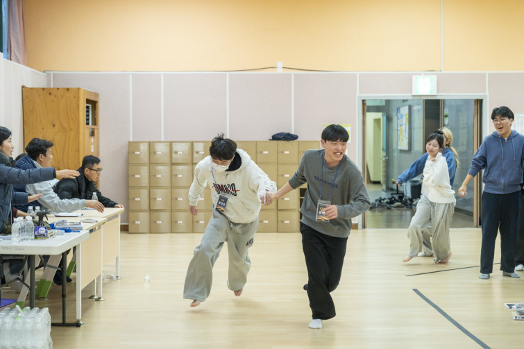 YTo1ODp7czo4OiJGaWxlTmFtZSI7czo0MDoiMzhiOGYxNjUtY2QyZC00NjdhLTljMWYtZTBkYWY1YzdjMGVhLmpwZyI7czoxMjoiRmlsZURhdGVUaW1lIjtpOjE3NzA3MDQxNjI7czo4OiJGaWxlU2l6ZSI7aToxMjM4NDEyO3M6ODoiRmlsZVR5cGUiO2k6MjtzOjg6Ik1pbWVUeXBlIjtzOjEwOiJpbWFnZS9qcGVnIjtzOjEzOiJTZWN0aW9uc0ZvdW5kIjtzOjMwOiJBTllfVEFHLCBJRkQwLCBUSFVNQk5BSUwsIEVYSUYiO3M6ODoiQ09NUFVURUQiO2E6OTp7czo0OiJodG1sIjtzOjI2OiJ3aWR0aD0iMTc1MiIgaGVpZ2h0PSIxMTY4IiI7czo2OiJIZWlnaHQiO2k6MTE2ODtzOjU6IldpZHRoIjtpOjE3NTI7czo3OiJJc0NvbG9yIjtpOjE7czoxNzoiQnl0ZU9yZGVyTW90b3JvbGEiO2k6MDtzOjE1OiJBcGVydHVyZUZOdW1iZXIiO3M6NToiZi8yLjgiO3M6OToiQ29weXJpZ2h0IjtzOjQ6IllBQkMiO3M6MTg6IlRodW1ibmFpbC5GaWxlVHlwZSI7aToyO3M6MTg6IlRodW1ibmFpbC5NaW1lVHlwZSI7czoxMDoiaW1hZ2UvanBlZyI7fXM6NDoiTWFrZSI7czo0OiJTT05ZIjtzOjU6Ik1vZGVsIjtzOjg6IklMQ0UtN000IjtzOjExOiJYUmVzb2x1dGlvbiI7czo1OiIyNDAvMSI7czoxMToiWVJlc29sdXRpb24iO3M6NToiMjQwLzEiO3M6MTQ6IlJlc29sdXRpb25Vbml0IjtpOjI7czo4OiJTb2Z0d2FyZSI7czo1MjoiQWRvYmUgUGhvdG9zaG9wIExpZ2h0cm9vbSBDbGFzc2ljIDE1LjEuMSAoTWFjaW50b3NoKSI7czo4OiJEYXRlVGltZSI7czoxOToiMjAyNjowMjoxMCAxNDo1MTowMyI7czo2OiJBcnRpc3QiO3M6NzoiWUFCQ19TRyI7czo5OiJDb3B5cmlnaHQiO3M6NDoiWUFCQyI7czoxNjoiRXhpZl9JRkRfUG9pbnRlciI7aToyNTQ7czo5OiJUSFVNQk5BSUwiO2E6Njp7czoxMToiQ29tcHJlc3Npb24iO2k6NjtzOjExOiJYUmVzb2x1dGlvbiI7czo0OiI3Mi8xIjtzOjExOiJZUmVzb2x1dGlvbiI7czo0OiI3Mi8xIjtzOjE0OiJSZXNvbHV0aW9uVW5pdCI7aToyO3M6MjE6IkpQRUdJbnRlcmNoYW5nZUZvcm1hdCI7aToxMDQwO3M6Mjc6IkpQRUdJbnRlcmNoYW5nZUZvcm1hdExlbmd0aCI7aToxMzQzMDt9czoxMjoiRXhwb3N1cmVUaW1lIjtzOjU6IjEvNTAwIjtzOjc6IkZOdW1iZXIiO3M6NToiMjgvMTAiO3M6MTU6IkV4cG9zdXJlUHJvZ3JhbSI7aToxO3M6MTU6IklTT1NwZWVkUmF0aW5ncyI7aToxNjAwO3M6MTk6IlVuZGVmaW5lZFRhZzoweDg4MzAiO2k6MjtzOjE5OiJVbmRlZmluZWRUYWc6MHg4ODMyIjtpOjE2MDA7czoxMToiRXhpZlZlcnNpb24iO3M6NDoiMDIzMiI7czoxNjoiRGF0ZVRpbWVPcmlnaW5hbCI7czoxOToiMjAyNjowMjowNyAxNTo1ODozOCI7czoxNzoiRGF0ZVRpbWVEaWdpdGl6ZWQiO3M6MTk6IjIwMjY6MDI6MDcgMTU6NTg6MzgiO3M6MTk6IlVuZGVmaW5lZFRhZzoweDkwMTAiO3M6NjoiKzA5OjAwIjtzOjE5OiJVbmRlZmluZWRUYWc6MHg5MDExIjtzOjY6IiswOTowMCI7czoxOToiVW5kZWZpbmVkVGFnOjB4OTAxMiI7czo2OiIrMDk6MDAiO3M6MTc6IlNodXR0ZXJTcGVlZFZhbHVlIjtzOjE1OiI4OTY1Nzg0LzEwMDAwMDAiO3M6MTM6IkFwZXJ0dXJlVmFsdWUiO3M6MTU6IjI5NzA4NTQvMTAwMDAwMCI7czoxNToiQnJpZ2h0bmVzc1ZhbHVlIjtzOjk6IjgxOTQvMjU2MCI7czoxNzoiRXhwb3N1cmVCaWFzVmFsdWUiO3M6NDoiMC8xMCI7czoxNjoiTWF4QXBlcnR1cmVWYWx1ZSI7czo3OiI3NjAvMjU2IjtzOjEyOiJNZXRlcmluZ01vZGUiO2k6NTtzOjExOiJMaWdodFNvdXJjZSI7aTowO3M6NToiRmxhc2giO2k6MTY7czoxMToiRm9jYWxMZW5ndGgiO3M6NjoiNzAwLzEwIjtzOjE4OiJTdWJTZWNUaW1lT3JpZ2luYWwiO3M6MzoiMzM3IjtzOjE5OiJTdWJTZWNUaW1lRGlnaXRpemVkIjtzOjM6IjMzNyI7czoxMDoiQ29sb3JTcGFjZSI7aTo2NTUzNTtzOjIxOiJGb2NhbFBsYW5lWFJlc29sdXRpb24iO3M6MTQ6IjY0NDQ5MzM5LzMyNzY4IjtzOjIxOiJGb2NhbFBsYW5lWVJlc29sdXRpb24iO3M6MTQ6IjY0NDQ5MzM5LzMyNzY4IjtzOjI0OiJGb2NhbFBsYW5lUmVzb2x1dGlvblVuaXQiO2k6MztzOjEwOiJGaWxlU291cmNlIjtzOjE6IgMiO3M6OToiU2NlbmVUeXBlIjtzOjE6IgEiO3M6MTQ6IkN1c3RvbVJlbmRlcmVkIjtpOjA7czoxMjoiRXhwb3N1cmVNb2RlIjtpOjE7czoxMjoiV2hpdGVCYWxhbmNlIjtpOjA7czoxNjoiRGlnaXRhbFpvb21SYXRpbyI7czo1OiIxNi8xNiI7czoyMToiRm9jYWxMZW5ndGhJbjM1bW1GaWxtIjtpOjcwO3M6MTY6IlNjZW5lQ2FwdHVyZVR5cGUiO2k6MDtzOjg6IkNvbnRyYXN0IjtpOjE7czoxMDoiU2F0dXJhdGlvbiI7aToxO3M6OToiU2hhcnBuZXNzIjtpOjA7czoxOToiVW5kZWZpbmVkVGFnOjB4QTQzMiI7YTo0OntpOjA7czo2OiIyNDAvMTAiO2k6MTtzOjY6IjcwMC8xMCI7aToyO3M6NToiMjgvMTAiO2k6MztzOjU6IjI4LzEwIjt9czoxOToiVW5kZWZpbmVkVGFnOjB4QTQzNCI7czoyMToiRkUgMjQtNzBtbSBGMi44IEdNIElJIjt9