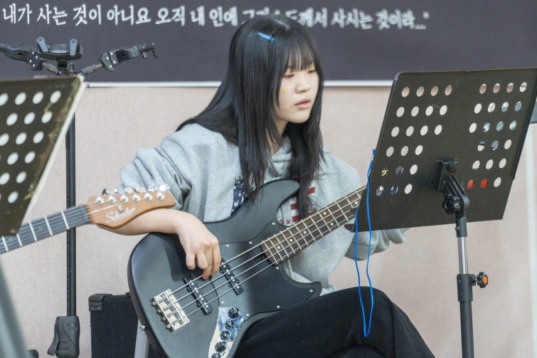 YTo1ODp7czo4OiJGaWxlTmFtZSI7czo0MDoiM2JmM2NmY2QtZTNlYS00YmVhLTkwMzktNmQ4NTQxZWM4NGQxLmpwZyI7czoxMjoiRmlsZURhdGVUaW1lIjtpOjE3NzA3MDQyNDg7czo4OiJGaWxlU2l6ZSI7aToxNDQ4NTYwO3M6ODoiRmlsZVR5cGUiO2k6MjtzOjg6Ik1pbWVUeXBlIjtzOjEwOiJpbWFnZS9qcGVnIjtzOjEzOiJTZWN0aW9uc0ZvdW5kIjtzOjMwOiJBTllfVEFHLCBJRkQwLCBUSFVNQk5BSUwsIEVYSUYiO3M6ODoiQ09NUFVURUQiO2E6OTp7czo0OiJodG1sIjtzOjI2OiJ3aWR0aD0iMTc1MiIgaGVpZ2h0PSIxMTY4IiI7czo2OiJIZWlnaHQiO2k6MTE2ODtzOjU6IldpZHRoIjtpOjE3NTI7czo3OiJJc0NvbG9yIjtpOjE7czoxNzoiQnl0ZU9yZGVyTW90b3JvbGEiO2k6MDtzOjE1OiJBcGVydHVyZUZOdW1iZXIiO3M6NToiZi80LjAiO3M6OToiQ29weXJpZ2h0IjtzOjQ6IllBQkMiO3M6MTg6IlRodW1ibmFpbC5GaWxlVHlwZSI7aToyO3M6MTg6IlRodW1ibmFpbC5NaW1lVHlwZSI7czoxMDoiaW1hZ2UvanBlZyI7fXM6NDoiTWFrZSI7czo0OiJTT05ZIjtzOjU6Ik1vZGVsIjtzOjg6IklMQ0UtN000IjtzOjExOiJYUmVzb2x1dGlvbiI7czo1OiIyNDAvMSI7czoxMToiWVJlc29sdXRpb24iO3M6NToiMjQwLzEiO3M6MTQ6IlJlc29sdXRpb25Vbml0IjtpOjI7czo4OiJTb2Z0d2FyZSI7czo1MjoiQWRvYmUgUGhvdG9zaG9wIExpZ2h0cm9vbSBDbGFzc2ljIDE1LjEuMSAoTWFjaW50b3NoKSI7czo4OiJEYXRlVGltZSI7czoxOToiMjAyNjowMjoxMCAxNDo1MTo0NyI7czo2OiJBcnRpc3QiO3M6NzoiWUFCQ19TRyI7czo5OiJDb3B5cmlnaHQiO3M6NDoiWUFCQyI7czoxNjoiRXhpZl9JRkRfUG9pbnRlciI7aToyNTQ7czo5OiJUSFVNQk5BSUwiO2E6Njp7czoxMToiQ29tcHJlc3Npb24iO2k6NjtzOjExOiJYUmVzb2x1dGlvbiI7czo0OiI3Mi8xIjtzOjExOiJZUmVzb2x1dGlvbiI7czo0OiI3Mi8xIjtzOjE0OiJSZXNvbHV0aW9uVW5pdCI7aToyO3M6MjE6IkpQRUdJbnRlcmNoYW5nZUZvcm1hdCI7aToxMDQwO3M6Mjc6IkpQRUdJbnRlcmNoYW5nZUZvcm1hdExlbmd0aCI7aToxNTkzNTt9czoxMjoiRXhwb3N1cmVUaW1lIjtzOjU6IjEvMTAwIjtzOjc6IkZOdW1iZXIiO3M6MzoiNC8xIjtzOjE1OiJFeHBvc3VyZVByb2dyYW0iO2k6MTtzOjE1OiJJU09TcGVlZFJhdGluZ3MiO2k6ODAwO3M6MTk6IlVuZGVmaW5lZFRhZzoweDg4MzAiO2k6MjtzOjE5OiJVbmRlZmluZWRUYWc6MHg4ODMyIjtpOjgwMDtzOjExOiJFeGlmVmVyc2lvbiI7czo0OiIwMjMyIjtzOjE2OiJEYXRlVGltZU9yaWdpbmFsIjtzOjE5OiIyMDI2OjAyOjA4IDEwOjA3OjI4IjtzOjE3OiJEYXRlVGltZURpZ2l0aXplZCI7czoxOToiMjAyNjowMjowOCAxMDowNzoyOCI7czoxOToiVW5kZWZpbmVkVGFnOjB4OTAxMCI7czo2OiIrMDk6MDAiO3M6MTk6IlVuZGVmaW5lZFRhZzoweDkwMTEiO3M6NjoiKzA5OjAwIjtzOjE5OiJVbmRlZmluZWRUYWc6MHg5MDEyIjtzOjY6IiswOTowMCI7czoxNzoiU2h1dHRlclNwZWVkVmFsdWUiO3M6MTU6IjY2NDM4NTYvMTAwMDAwMCI7czoxMzoiQXBlcnR1cmVWYWx1ZSI7czozOiI0LzEiO3M6MTU6IkJyaWdodG5lc3NWYWx1ZSI7czo3OiI0NC8yNTYwIjtzOjE3OiJFeHBvc3VyZUJpYXNWYWx1ZSI7czo0OiIwLzEwIjtzOjE2OiJNYXhBcGVydHVyZVZhbHVlIjtzOjg6IjEwMjQvMjU2IjtzOjEyOiJNZXRlcmluZ01vZGUiO2k6NTtzOjExOiJMaWdodFNvdXJjZSI7aTowO3M6NToiRmxhc2giO2k6MTY7czoxMToiRm9jYWxMZW5ndGgiO3M6NzoiMjAwMC8xMCI7czoxODoiU3ViU2VjVGltZU9yaWdpbmFsIjtzOjM6Ijc4MiI7czoxOToiU3ViU2VjVGltZURpZ2l0aXplZCI7czozOiI3ODIiO3M6MTA6IkNvbG9yU3BhY2UiO2k6NjU1MzU7czoyMToiRm9jYWxQbGFuZVhSZXNvbHV0aW9uIjtzOjE0OiI2NDQ0OTMzOS8zMjc2OCI7czoyMToiRm9jYWxQbGFuZVlSZXNvbHV0aW9uIjtzOjE0OiI2NDQ0OTMzOS8zMjc2OCI7czoyNDoiRm9jYWxQbGFuZVJlc29sdXRpb25Vbml0IjtpOjM7czoxMDoiRmlsZVNvdXJjZSI7czoxOiIDIjtzOjk6IlNjZW5lVHlwZSI7czoxOiIBIjtzOjE0OiJDdXN0b21SZW5kZXJlZCI7aTowO3M6MTI6IkV4cG9zdXJlTW9kZSI7aToxO3M6MTI6IldoaXRlQmFsYW5jZSI7aTowO3M6MTY6IkRpZ2l0YWxab29tUmF0aW8iO3M6NToiMTYvMTYiO3M6MjE6IkZvY2FsTGVuZ3RoSW4zNW1tRmlsbSI7aToyMDA7czoxNjoiU2NlbmVDYXB0dXJlVHlwZSI7aTowO3M6ODoiQ29udHJhc3QiO2k6MTtzOjEwOiJTYXR1cmF0aW9uIjtpOjE7czo5OiJTaGFycG5lc3MiO2k6MDtzOjE5OiJVbmRlZmluZWRUYWc6MHhBNDMyIjthOjQ6e2k6MDtzOjY6IjcwMC8xMCI7aToxO3M6NzoiMjAwMC8xMCI7aToyO3M6NToiNDAvMTAiO2k6MztzOjU6IjQwLzEwIjt9czoxOToiVW5kZWZpbmVkVGFnOjB4QTQzNCI7czoyMDoiRkUgNzAtMjAwbW0gRjQgRyBPU1MiO30=