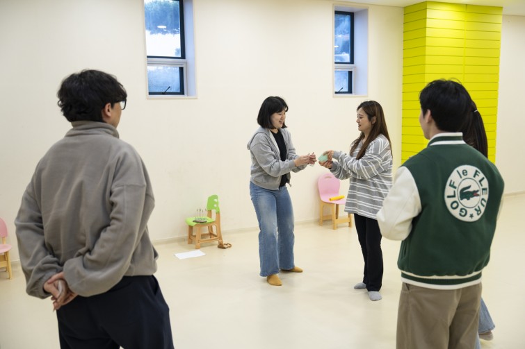 YTo1ODp7czo4OiJGaWxlTmFtZSI7czo0MDoiM2VhZmZkNGItYjBiNS00ZTE5LWJmY2ItMDNkYmY5MTY0MWQ2LmpwZyI7czoxMjoiRmlsZURhdGVUaW1lIjtpOjE3NDIyNTkyNDQ7czo4OiJGaWxlU2l6ZSI7aTo4NTg2ODQ7czo4OiJGaWxlVHlwZSI7aToyO3M6ODoiTWltZVR5cGUiO3M6MTA6ImltYWdlL2pwZWciO3M6MTM6IlNlY3Rpb25zRm91bmQiO3M6MzA6IkFOWV9UQUcsIElGRDAsIFRIVU1CTkFJTCwgRVhJRiI7czo4OiJDT01QVVRFRCI7YTo5OntzOjQ6Imh0bWwiO3M6MjY6IndpZHRoPSIxNzUyIiBoZWlnaHQ9IjExNjgiIjtzOjY6IkhlaWdodCI7aToxMTY4O3M6NToiV2lkdGgiO2k6MTc1MjtzOjc6IklzQ29sb3IiO2k6MTtzOjE3OiJCeXRlT3JkZXJNb3Rvcm9sYSI7aTowO3M6MTU6IkFwZXJ0dXJlRk51bWJlciI7czo1OiJmLzIuOCI7czo5OiJDb3B5cmlnaHQiO3M6NDoiWUFCQyI7czoxODoiVGh1bWJuYWlsLkZpbGVUeXBlIjtpOjI7czoxODoiVGh1bWJuYWlsLk1pbWVUeXBlIjtzOjEwOiJpbWFnZS9qcGVnIjt9czo0OiJNYWtlIjtzOjQ6IlNPTlkiO3M6NToiTW9kZWwiO3M6ODoiSUxDRS03TTQiO3M6MTE6IlhSZXNvbHV0aW9uIjtzOjU6IjI0MC8xIjtzOjExOiJZUmVzb2x1dGlvbiI7czo1OiIyNDAvMSI7czoxNDoiUmVzb2x1dGlvblVuaXQiO2k6MjtzOjg6IlNvZnR3YXJlIjtzOjUwOiJBZG9iZSBQaG90b3Nob3AgTGlnaHRyb29tIENsYXNzaWMgMTQuMiAoTWFjaW50b3NoKSI7czo4OiJEYXRlVGltZSI7czoxOToiMjAyNTowMzoxOCAwOTo1MjozMiI7czo2OiJBcnRpc3QiO3M6NzoiWUFCQ19TRyI7czo5OiJDb3B5cmlnaHQiO3M6NDoiWUFCQyI7czoxNjoiRXhpZl9JRkRfUG9pbnRlciI7aToyNTI7czo5OiJUSFVNQk5BSUwiO2E6Njp7czoxMToiQ29tcHJlc3Npb24iO2k6NjtzOjExOiJYUmVzb2x1dGlvbiI7czo0OiI3Mi8xIjtzOjExOiJZUmVzb2x1dGlvbiI7czo0OiI3Mi8xIjtzOjE0OiJSZXNvbHV0aW9uVW5pdCI7aToyO3M6MjE6IkpQRUdJbnRlcmNoYW5nZUZvcm1hdCI7aToxMDM4O3M6Mjc6IkpQRUdJbnRlcmNoYW5nZUZvcm1hdExlbmd0aCI7aToxMjc4MTt9czoxMjoiRXhwb3N1cmVUaW1lIjtzOjU6IjEvMTAwIjtzOjc6IkZOdW1iZXIiO3M6NToiMjgvMTAiO3M6MTU6IkV4cG9zdXJlUHJvZ3JhbSI7aToxO3M6MTU6IklTT1NwZWVkUmF0aW5ncyI7aTo1MDA7czoxOToiVW5kZWZpbmVkVGFnOjB4ODgzMCI7aToyO3M6MTk6IlVuZGVmaW5lZFRhZzoweDg4MzIiO2k6NTAwO3M6MTE6IkV4aWZWZXJzaW9uIjtzOjQ6IjAyMzIiO3M6MTY6IkRhdGVUaW1lT3JpZ2luYWwiO3M6MTk6IjIwMjU6MDM6MTYgMTU6NDk6MzkiO3M6MTc6IkRhdGVUaW1lRGlnaXRpemVkIjtzOjE5OiIyMDI1OjAzOjE2IDE1OjQ5OjM5IjtzOjE5OiJVbmRlZmluZWRUYWc6MHg5MDEwIjtzOjY6IiswOTowMCI7czoxOToiVW5kZWZpbmVkVGFnOjB4OTAxMSI7czo2OiIrMDk6MDAiO3M6MTk6IlVuZGVmaW5lZFRhZzoweDkwMTIiO3M6NjoiKzA5OjAwIjtzOjE3OiJTaHV0dGVyU3BlZWRWYWx1ZSI7czoxNToiNjY0Mzg1Ni8xMDAwMDAwIjtzOjEzOiJBcGVydHVyZVZhbHVlIjtzOjE1OiIyOTcwODU0LzEwMDAwMDAiO3M6MTU6IkJyaWdodG5lc3NWYWx1ZSI7czoxMDoiMTAxMzQvMjU2MCI7czoxNzoiRXhwb3N1cmVCaWFzVmFsdWUiO3M6NDoiMC8xMCI7czoxNjoiTWF4QXBlcnR1cmVWYWx1ZSI7czo3OiI3NjAvMjU2IjtzOjEyOiJNZXRlcmluZ01vZGUiO2k6NTtzOjExOiJMaWdodFNvdXJjZSI7aTowO3M6NToiRmxhc2giO2k6MTM7czoxMToiRm9jYWxMZW5ndGgiO3M6NjoiMzUwLzEwIjtzOjE4OiJTdWJTZWNUaW1lT3JpZ2luYWwiO3M6MzoiNzk0IjtzOjE5OiJTdWJTZWNUaW1lRGlnaXRpemVkIjtzOjM6Ijc5NCI7czoxMDoiQ29sb3JTcGFjZSI7aTo2NTUzNTtzOjIxOiJGb2NhbFBsYW5lWFJlc29sdXRpb24iO3M6MTQ6IjY0NDQ5MzM5LzMyNzY4IjtzOjIxOiJGb2NhbFBsYW5lWVJlc29sdXRpb24iO3M6MTQ6IjY0NDQ5MzM5LzMyNzY4IjtzOjI0OiJGb2NhbFBsYW5lUmVzb2x1dGlvblVuaXQiO2k6MztzOjEwOiJGaWxlU291cmNlIjtzOjE6IgMiO3M6OToiU2NlbmVUeXBlIjtzOjE6IgEiO3M6MTQ6IkN1c3RvbVJlbmRlcmVkIjtpOjA7czoxMjoiRXhwb3N1cmVNb2RlIjtpOjE7czoxMjoiV2hpdGVCYWxhbmNlIjtpOjA7czoxNjoiRGlnaXRhbFpvb21SYXRpbyI7czo1OiIxNi8xNiI7czoyMToiRm9jYWxMZW5ndGhJbjM1bW1GaWxtIjtpOjM1O3M6MTY6IlNjZW5lQ2FwdHVyZVR5cGUiO2k6MDtzOjg6IkNvbnRyYXN0IjtpOjA7czoxMDoiU2F0dXJhdGlvbiI7aTowO3M6OToiU2hhcnBuZXNzIjtpOjA7czoxOToiVW5kZWZpbmVkVGFnOjB4QTQzMiI7YTo0OntpOjA7czo2OiIyNDAvMTAiO2k6MTtzOjY6IjcwMC8xMCI7aToyO3M6NToiMjgvMTAiO2k6MztzOjU6IjI4LzEwIjt9czoxOToiVW5kZWZpbmVkVGFnOjB4QTQzNCI7czoyMToiRkUgMjQtNzBtbSBGMi44IEdNIElJIjt9