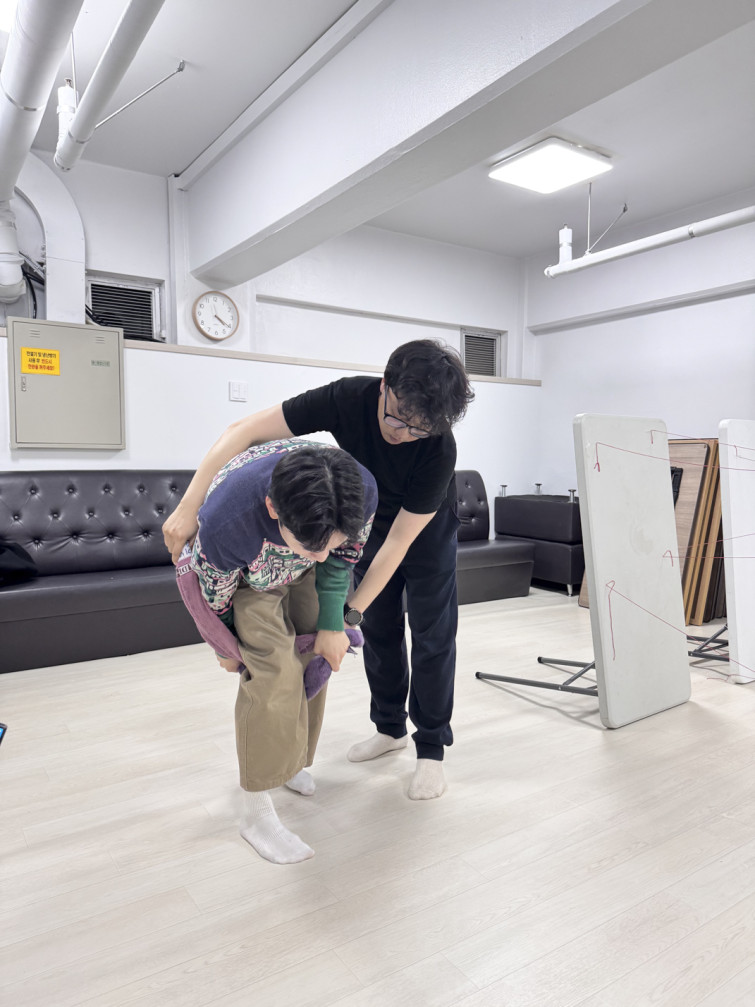 YTo0Njp7czo4OiJGaWxlTmFtZSI7czo0MDoiNDA3N2I0NWQtNGMwYy00ZTBhLWIxYzctNDUwMWJjYTA1ZGQzLmpwZyI7czoxMjoiRmlsZURhdGVUaW1lIjtpOjE3NDIyNTk0Mjg7czo4OiJGaWxlU2l6ZSI7aTo3NzI1MTc7czo4OiJGaWxlVHlwZSI7aToyO3M6ODoiTWltZVR5cGUiO3M6MTA6ImltYWdlL2pwZWciO3M6MTM6IlNlY3Rpb25zRm91bmQiO3M6MzA6IkFOWV9UQUcsIElGRDAsIFRIVU1CTkFJTCwgRVhJRiI7czo4OiJDT01QVVRFRCI7YTo4OntzOjQ6Imh0bWwiO3M6MjY6IndpZHRoPSIxMDcxIiBoZWlnaHQ9IjE0MjgiIjtzOjY6IkhlaWdodCI7aToxNDI4O3M6NToiV2lkdGgiO2k6MTA3MTtzOjc6IklzQ29sb3IiO2k6MTtzOjE3OiJCeXRlT3JkZXJNb3Rvcm9sYSI7aTowO3M6MTU6IkFwZXJ0dXJlRk51bWJlciI7czo1OiJmLzEuOCI7czoxODoiVGh1bWJuYWlsLkZpbGVUeXBlIjtpOjI7czoxODoiVGh1bWJuYWlsLk1pbWVUeXBlIjtzOjEwOiJpbWFnZS9qcGVnIjt9czo0OiJNYWtlIjtzOjU6IkFwcGxlIjtzOjU6Ik1vZGVsIjtzOjE3OiJpUGhvbmUgMTUgUHJvIE1heCI7czoxMToiWFJlc29sdXRpb24iO3M6NToiMjQwLzEiO3M6MTE6IllSZXNvbHV0aW9uIjtzOjU6IjI0MC8xIjtzOjE0OiJSZXNvbHV0aW9uVW5pdCI7aToyO3M6ODoiU29mdHdhcmUiO3M6NTA6IkFkb2JlIFBob3Rvc2hvcCBMaWdodHJvb20gQ2xhc3NpYyAxNC4yIChNYWNpbnRvc2gpIjtzOjg6IkRhdGVUaW1lIjtzOjE5OiIyMDI1OjAzOjE4IDA5OjU2OjUyIjtzOjE2OiJFeGlmX0lGRF9Qb2ludGVyIjtpOjIyMjtzOjk6IlRIVU1CTkFJTCI7YTo2OntzOjExOiJDb21wcmVzc2lvbiI7aTo2O3M6MTE6IlhSZXNvbHV0aW9uIjtzOjQ6IjcyLzEiO3M6MTE6IllSZXNvbHV0aW9uIjtzOjQ6IjcyLzEiO3M6MTQ6IlJlc29sdXRpb25Vbml0IjtpOjI7czoyMToiSlBFR0ludGVyY2hhbmdlRm9ybWF0IjtpOjkwMDtzOjI3OiJKUEVHSW50ZXJjaGFuZ2VGb3JtYXRMZW5ndGgiO2k6MTE4OTI7fXM6MTI6IkV4cG9zdXJlVGltZSI7czo1OiIxLzEyMCI7czo3OiJGTnVtYmVyIjtzOjU6IjE4LzEwIjtzOjE1OiJFeHBvc3VyZVByb2dyYW0iO2k6MjtzOjE1OiJJU09TcGVlZFJhdGluZ3MiO2k6MjAwO3M6MTE6IkV4aWZWZXJzaW9uIjtzOjQ6IjAyMzIiO3M6MTY6IkRhdGVUaW1lT3JpZ2luYWwiO3M6MTk6IjIwMjU6MDM6MTYgMTY6MjA6MTAiO3M6MTc6IkRhdGVUaW1lRGlnaXRpemVkIjtzOjE5OiIyMDI1OjAzOjE2IDE2OjIwOjEwIjtzOjE5OiJVbmRlZmluZWRUYWc6MHg5MDEwIjtzOjY6IiswOTowMCI7czoxOToiVW5kZWZpbmVkVGFnOjB4OTAxMSI7czo2OiIrMDk6MDAiO3M6MTk6IlVuZGVmaW5lZFRhZzoweDkwMTIiO3M6NjoiKzA5OjAwIjtzOjE3OiJTaHV0dGVyU3BlZWRWYWx1ZSI7czoxNToiNjkwNjg5MS8xMDAwMDAwIjtzOjEzOiJBcGVydHVyZVZhbHVlIjtzOjE1OiIxNjk1OTk0LzEwMDAwMDAiO3M6MTU6IkJyaWdodG5lc3NWYWx1ZSI7czoxMDoiMTEzNTgvMzQxNSI7czoxNzoiRXhwb3N1cmVCaWFzVmFsdWUiO3M6MzoiMC8xIjtzOjEyOiJNZXRlcmluZ01vZGUiO2k6NTtzOjU6IkZsYXNoIjtpOjE2O3M6MTE6IkZvY2FsTGVuZ3RoIjtzOjEyOiIyNTE3NzMvMzcyMTciO3M6MTU6IlN1YmplY3RMb2NhdGlvbiI7YTo0OntpOjA7aToyODUxO2k6MTtpOjIxMzc7aToyO2k6MzE0MTtpOjM7aToxODg0O31zOjE4OiJTdWJTZWNUaW1lT3JpZ2luYWwiO3M6MzoiNzY5IjtzOjE5OiJTdWJTZWNUaW1lRGlnaXRpemVkIjtzOjM6Ijc2OSI7czoxMDoiQ29sb3JTcGFjZSI7aTo2NTUzNTtzOjEzOiJTZW5zaW5nTWV0aG9kIjtpOjI7czo5OiJTY2VuZVR5cGUiO3M6MToiASI7czoxMjoiRXhwb3N1cmVNb2RlIjtpOjA7czoxMjoiV2hpdGVCYWxhbmNlIjtpOjA7czoyMToiRm9jYWxMZW5ndGhJbjM1bW1GaWxtIjtpOjI0O3M6MTY6IlNjZW5lQ2FwdHVyZVR5cGUiO2k6MDtzOjE5OiJVbmRlZmluZWRUYWc6MHhBNDMyIjthOjQ6e2k6MDtzOjE0OiIxNTUxODAwLzY5OTAwOSI7aToxO3M6MTQ6IjIwNTIxOTYvMTMxMDQ3IjtpOjI7czoxNDoiMTI0NDIzNi82OTkwMDkiO2k6MztzOjQ6IjE0LzUiO31zOjE5OiJVbmRlZmluZWRUYWc6MHhBNDMzIjtzOjU6IkFwcGxlIjtzOjE5OiJVbmRlZmluZWRUYWc6MHhBNDM0IjtzOjUxOiJpUGhvbmUgMTUgUHJvIE1heCBiYWNrIHRyaXBsZSBjYW1lcmEgNi43NjVtbSBmLzEuNzgiO30=