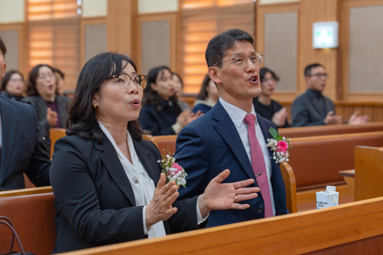 YTo1ODp7czo4OiJGaWxlTmFtZSI7czo0MDoiNDExMDc0ZmYtYjM2Ni00Y2NhLWFkMzgtMDVlMDMyNDVmOGZkLmpwZyI7czoxMjoiRmlsZURhdGVUaW1lIjtpOjE3NzM3MjYzODQ7czo4OiJGaWxlU2l6ZSI7aToxNTk2MDM2O3M6ODoiRmlsZVR5cGUiO2k6MjtzOjg6Ik1pbWVUeXBlIjtzOjEwOiJpbWFnZS9qcGVnIjtzOjEzOiJTZWN0aW9uc0ZvdW5kIjtzOjMwOiJBTllfVEFHLCBJRkQwLCBUSFVNQk5BSUwsIEVYSUYiO3M6ODoiQ09NUFVURUQiO2E6OTp7czo0OiJodG1sIjtzOjI2OiJ3aWR0aD0iMTk1NCIgaGVpZ2h0PSIxMzAzIiI7czo2OiJIZWlnaHQiO2k6MTMwMztzOjU6IldpZHRoIjtpOjE5NTQ7czo3OiJJc0NvbG9yIjtpOjE7czoxNzoiQnl0ZU9yZGVyTW90b3JvbGEiO2k6MDtzOjE1OiJBcGVydHVyZUZOdW1iZXIiO3M6NToiZi8zLjUiO3M6OToiQ29weXJpZ2h0IjtzOjQ6IllBQkMiO3M6MTg6IlRodW1ibmFpbC5GaWxlVHlwZSI7aToyO3M6MTg6IlRodW1ibmFpbC5NaW1lVHlwZSI7czoxMDoiaW1hZ2UvanBlZyI7fXM6NDoiTWFrZSI7czo0OiJTT05ZIjtzOjU6Ik1vZGVsIjtzOjg6IklMQ0UtN000IjtzOjExOiJYUmVzb2x1dGlvbiI7czo1OiIyNDAvMSI7czoxMToiWVJlc29sdXRpb24iO3M6NToiMjQwLzEiO3M6MTQ6IlJlc29sdXRpb25Vbml0IjtpOjI7czo4OiJTb2Z0d2FyZSI7czo1MDoiQWRvYmUgUGhvdG9zaG9wIExpZ2h0cm9vbSBDbGFzc2ljIDE1LjIgKE1hY2ludG9zaCkiO3M6ODoiRGF0ZVRpbWUiO3M6MTk6IjIwMjY6MDM6MTcgMTM6Mzg6MzgiO3M6NjoiQXJ0aXN0IjtzOjc6IllBQkNfU0ciO3M6OToiQ29weXJpZ2h0IjtzOjQ6IllBQkMiO3M6MTY6IkV4aWZfSUZEX1BvaW50ZXIiO2k6MjUyO3M6OToiVEhVTUJOQUlMIjthOjY6e3M6MTE6IkNvbXByZXNzaW9uIjtpOjY7czoxMToiWFJlc29sdXRpb24iO3M6NDoiNzIvMSI7czoxMToiWVJlc29sdXRpb24iO3M6NDoiNzIvMSI7czoxNDoiUmVzb2x1dGlvblVuaXQiO2k6MjtzOjIxOiJKUEVHSW50ZXJjaGFuZ2VGb3JtYXQiO2k6MTAzODtzOjI3OiJKUEVHSW50ZXJjaGFuZ2VGb3JtYXRMZW5ndGgiO2k6MTUyNTU7fXM6MTI6IkV4cG9zdXJlVGltZSI7czo1OiIxLzEwMCI7czo3OiJGTnVtYmVyIjtzOjU6IjM1LzEwIjtzOjE1OiJFeHBvc3VyZVByb2dyYW0iO2k6MTtzOjE1OiJJU09TcGVlZFJhdGluZ3MiO2k6MjUwO3M6MTk6IlVuZGVmaW5lZFRhZzoweDg4MzAiO2k6MjtzOjE5OiJVbmRlZmluZWRUYWc6MHg4ODMyIjtpOjI1MDtzOjExOiJFeGlmVmVyc2lvbiI7czo0OiIwMjMyIjtzOjE2OiJEYXRlVGltZU9yaWdpbmFsIjtzOjE5OiIyMDI2OjAzOjE1IDE0OjAwOjU1IjtzOjE3OiJEYXRlVGltZURpZ2l0aXplZCI7czoxOToiMjAyNjowMzoxNSAxNDowMDo1NSI7czoxOToiVW5kZWZpbmVkVGFnOjB4OTAxMCI7czo2OiIrMDk6MDAiO3M6MTk6IlVuZGVmaW5lZFRhZzoweDkwMTEiO3M6NjoiKzA5OjAwIjtzOjE5OiJVbmRlZmluZWRUYWc6MHg5MDEyIjtzOjY6IiswOTowMCI7czoxNzoiU2h1dHRlclNwZWVkVmFsdWUiO3M6MTU6IjY2NDM4NTYvMTAwMDAwMCI7czoxMzoiQXBlcnR1cmVWYWx1ZSI7czoxMzoiMzYxNDcxLzEwMDAwMCI7czoxNToiQnJpZ2h0bmVzc1ZhbHVlIjtzOjk6IjUxMDQvMjU2MCI7czoxNzoiRXhwb3N1cmVCaWFzVmFsdWUiO3M6NDoiMC8xMCI7czoxNjoiTWF4QXBlcnR1cmVWYWx1ZSI7czo3OiI3NjAvMjU2IjtzOjEyOiJNZXRlcmluZ01vZGUiO2k6NTtzOjExOiJMaWdodFNvdXJjZSI7aTowO3M6NToiRmxhc2giO2k6MTM7czoxMToiRm9jYWxMZW5ndGgiO3M6NjoiNjUwLzEwIjtzOjE4OiJTdWJTZWNUaW1lT3JpZ2luYWwiO3M6MzoiMzQyIjtzOjE5OiJTdWJTZWNUaW1lRGlnaXRpemVkIjtzOjM6IjM0MiI7czoxMDoiQ29sb3JTcGFjZSI7aToxO3M6MjE6IkZvY2FsUGxhbmVYUmVzb2x1dGlvbiI7czoxNDoiNjQ0NDkzMzkvMzI3NjgiO3M6MjE6IkZvY2FsUGxhbmVZUmVzb2x1dGlvbiI7czoxNDoiNjQ0NDkzMzkvMzI3NjgiO3M6MjQ6IkZvY2FsUGxhbmVSZXNvbHV0aW9uVW5pdCI7aTozO3M6MTA6IkZpbGVTb3VyY2UiO3M6MToiAyI7czo5OiJTY2VuZVR5cGUiO3M6MToiASI7czoxNDoiQ3VzdG9tUmVuZGVyZWQiO2k6MDtzOjEyOiJFeHBvc3VyZU1vZGUiO2k6MTtzOjEyOiJXaGl0ZUJhbGFuY2UiO2k6MDtzOjE2OiJEaWdpdGFsWm9vbVJhdGlvIjtzOjU6IjE2LzE2IjtzOjIxOiJGb2NhbExlbmd0aEluMzVtbUZpbG0iO2k6NjU7czoxNjoiU2NlbmVDYXB0dXJlVHlwZSI7aTowO3M6ODoiQ29udHJhc3QiO2k6MDtzOjEwOiJTYXR1cmF0aW9uIjtpOjA7czo5OiJTaGFycG5lc3MiO2k6MDtzOjE5OiJVbmRlZmluZWRUYWc6MHhBNDMyIjthOjQ6e2k6MDtzOjY6IjI0MC8xMCI7aToxO3M6NjoiNzAwLzEwIjtpOjI7czo1OiIyOC8xMCI7aTozO3M6NToiMjgvMTAiO31zOjE5OiJVbmRlZmluZWRUYWc6MHhBNDM0IjtzOjIxOiJGRSAyNC03MG1tIEYyLjggR00gSUkiO30=