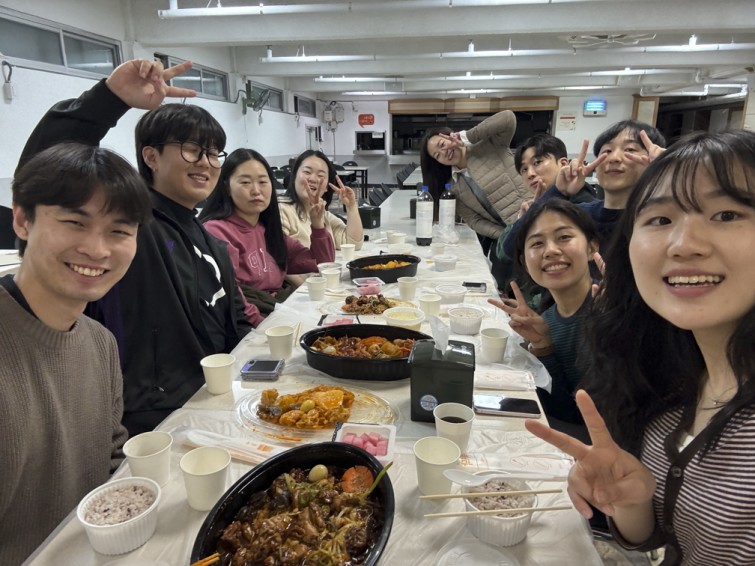 YTo0Njp7czo4OiJGaWxlTmFtZSI7czo0MDoiNDE5Nzk3MmItYTQ5Ni00M2UzLTlhMjQtZTFlNzMxZWEyZjBiLmpwZyI7czoxMjoiRmlsZURhdGVUaW1lIjtpOjE3NDIyNTk0Mjk7czo4OiJGaWxlU2l6ZSI7aTo2MjgyODc7czo4OiJGaWxlVHlwZSI7aToyO3M6ODoiTWltZVR5cGUiO3M6MTA6ImltYWdlL2pwZWciO3M6MTM6IlNlY3Rpb25zRm91bmQiO3M6MzA6IkFOWV9UQUcsIElGRDAsIFRIVU1CTkFJTCwgRVhJRiI7czo4OiJDT01QVVRFRCI7YTo4OntzOjQ6Imh0bWwiO3M6MjU6IndpZHRoPSIxMDA4IiBoZWlnaHQ9Ijc1NiIiO3M6NjoiSGVpZ2h0IjtpOjc1NjtzOjU6IldpZHRoIjtpOjEwMDg7czo3OiJJc0NvbG9yIjtpOjE7czoxNzoiQnl0ZU9yZGVyTW90b3JvbGEiO2k6MDtzOjE1OiJBcGVydHVyZUZOdW1iZXIiO3M6NToiZi8xLjkiO3M6MTg6IlRodW1ibmFpbC5GaWxlVHlwZSI7aToyO3M6MTg6IlRodW1ibmFpbC5NaW1lVHlwZSI7czoxMDoiaW1hZ2UvanBlZyI7fXM6NDoiTWFrZSI7czo1OiJBcHBsZSI7czo1OiJNb2RlbCI7czoxMzoiaVBob25lIDE1IFBybyI7czoxMToiWFJlc29sdXRpb24iO3M6NToiMjQwLzEiO3M6MTE6IllSZXNvbHV0aW9uIjtzOjU6IjI0MC8xIjtzOjE0OiJSZXNvbHV0aW9uVW5pdCI7aToyO3M6ODoiU29mdHdhcmUiO3M6NTA6IkFkb2JlIFBob3Rvc2hvcCBMaWdodHJvb20gQ2xhc3NpYyAxNC4yIChNYWNpbnRvc2gpIjtzOjg6IkRhdGVUaW1lIjtzOjE5OiIyMDI1OjAzOjE4IDA5OjU2OjUyIjtzOjE2OiJFeGlmX0lGRF9Qb2ludGVyIjtpOjIxODtzOjk6IlRIVU1CTkFJTCI7YTo2OntzOjExOiJDb21wcmVzc2lvbiI7aTo2O3M6MTE6IlhSZXNvbHV0aW9uIjtzOjQ6IjcyLzEiO3M6MTE6IllSZXNvbHV0aW9uIjtzOjQ6IjcyLzEiO3M6MTQ6IlJlc29sdXRpb25Vbml0IjtpOjI7czoyMToiSlBFR0ludGVyY2hhbmdlRm9ybWF0IjtpOjg5NDtzOjI3OiJKUEVHSW50ZXJjaGFuZ2VGb3JtYXRMZW5ndGgiO2k6MjA0MTU7fXM6MTI6IkV4cG9zdXJlVGltZSI7czo0OiIxLzYwIjtzOjc6IkZOdW1iZXIiO3M6NToiMTkvMTAiO3M6MTU6IkV4cG9zdXJlUHJvZ3JhbSI7aToyO3M6MTU6IklTT1NwZWVkUmF0aW5ncyI7aToyNTA7czoxMToiRXhpZlZlcnNpb24iO3M6NDoiMDIzMiI7czoxNjoiRGF0ZVRpbWVPcmlnaW5hbCI7czoxOToiMjAyNTowMzoxNiAxNzoyNzo0NiI7czoxNzoiRGF0ZVRpbWVEaWdpdGl6ZWQiO3M6MTk6IjIwMjU6MDM6MTYgMTc6Mjc6NDYiO3M6MTk6IlVuZGVmaW5lZFRhZzoweDkwMTAiO3M6NjoiKzA5OjAwIjtzOjE5OiJVbmRlZmluZWRUYWc6MHg5MDExIjtzOjY6IiswOTowMCI7czoxOToiVW5kZWZpbmVkVGFnOjB4OTAxMiI7czo2OiIrMDk6MDAiO3M6MTc6IlNodXR0ZXJTcGVlZFZhbHVlIjtzOjE1OiI1OTA2ODkxLzEwMDAwMDAiO3M6MTM6IkFwZXJ0dXJlVmFsdWUiO3M6MTU6IjE4NTE5OTkvMTAwMDAwMCI7czoxNToiQnJpZ2h0bmVzc1ZhbHVlIjtzOjExOiI1Mzc0NC8yMzQwNSI7czoxNzoiRXhwb3N1cmVCaWFzVmFsdWUiO3M6MzoiMC8xIjtzOjEyOiJNZXRlcmluZ01vZGUiO2k6NTtzOjU6IkZsYXNoIjtpOjE2O3M6MTE6IkZvY2FsTGVuZ3RoIjtzOjEzOiI0Njk4NjUvMTc0NjcxIjtzOjE1OiJTdWJqZWN0TG9jYXRpb24iO2E6NDp7aTowO2k6MzYyNDtpOjE7aToxNzE2O2k6MjtpOjY1MztpOjM7aTo2NTY7fXM6MTg6IlN1YlNlY1RpbWVPcmlnaW5hbCI7czozOiIxNjIiO3M6MTk6IlN1YlNlY1RpbWVEaWdpdGl6ZWQiO3M6MzoiMTYyIjtzOjEwOiJDb2xvclNwYWNlIjtpOjY1NTM1O3M6MTM6IlNlbnNpbmdNZXRob2QiO2k6MjtzOjk6IlNjZW5lVHlwZSI7czoxOiIBIjtzOjEyOiJFeHBvc3VyZU1vZGUiO2k6MDtzOjEyOiJXaGl0ZUJhbGFuY2UiO2k6MDtzOjIxOiJGb2NhbExlbmd0aEluMzVtbUZpbG0iO2k6MjM7czoxNjoiU2NlbmVDYXB0dXJlVHlwZSI7aTowO3M6MTk6IlVuZGVmaW5lZFRhZzoweEE0MzIiO2E6NDp7aTowO3M6MTM6IjQ2OTg2NS8xNzQ2NzEiO2k6MTtzOjEzOiI0Njk4NjUvMTc0NjcxIjtpOjI7czo1OiIxOS8xMCI7aTozO3M6NToiMTkvMTAiO31zOjE5OiJVbmRlZmluZWRUYWc6MHhBNDMzIjtzOjU6IkFwcGxlIjtzOjE5OiJVbmRlZmluZWRUYWc6MHhBNDM0IjtzOjQ5OiJpUGhvbmUgMTUgUHJvIGZyb250IFRydWVEZXB0aCBjYW1lcmEgMi42OW1tIGYvMS45Ijt9