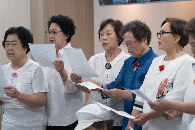 YTo1NTp7czo4OiJGaWxlTmFtZSI7czo0MDoiNGNhYzViYTAtZjUxNi00ZGU0LTk3ZDgtOWZiZjkzNGNhZGZhLmpwZyI7czoxMjoiRmlsZURhdGVUaW1lIjtpOjE2ODgyODA3MjM7czo4OiJGaWxlU2l6ZSI7aToyMDY0NDkwO3M6ODoiRmlsZVR5cGUiO2k6MjtzOjg6Ik1pbWVUeXBlIjtzOjEwOiJpbWFnZS9qcGVnIjtzOjEzOiJTZWN0aW9uc0ZvdW5kIjtzOjMwOiJBTllfVEFHLCBJRkQwLCBUSFVNQk5BSUwsIEVYSUYiO3M6ODoiQ09NUFVURUQiO2E6OTp7czo0OiJodG1sIjtzOjI2OiJ3aWR0aD0iMjEwMiIgaGVpZ2h0PSIxNDAyIiI7czo2OiJIZWlnaHQiO2k6MTQwMjtzOjU6IldpZHRoIjtpOjIxMDI7czo3OiJJc0NvbG9yIjtpOjE7czoxNzoiQnl0ZU9yZGVyTW90b3JvbGEiO2k6MDtzOjg6IkNDRFdpZHRoIjtzOjQ6IjEwbW0iO3M6MTU6IkFwZXJ0dXJlRk51bWJlciI7czo1OiJmLzQuMCI7czoxODoiVGh1bWJuYWlsLkZpbGVUeXBlIjtpOjI7czoxODoiVGh1bWJuYWlsLk1pbWVUeXBlIjtzOjEwOiJpbWFnZS9qcGVnIjt9czo0OiJNYWtlIjtzOjQ6IlNPTlkiO3M6NToiTW9kZWwiO3M6ODoiSUxDRS03TTQiO3M6MTE6IlhSZXNvbHV0aW9uIjtzOjU6IjI0MC8xIjtzOjExOiJZUmVzb2x1dGlvbiI7czo1OiIyNDAvMSI7czoxNDoiUmVzb2x1dGlvblVuaXQiO2k6MjtzOjg6IlNvZnR3YXJlIjtzOjUwOiJBZG9iZSBQaG90b3Nob3AgTGlnaHRyb29tIENsYXNzaWMgMTIuNCAoTWFjaW50b3NoKSI7czo4OiJEYXRlVGltZSI7czoxOToiMjAyMzowNjoyOSAxMTowMTo1MiI7czoxNjoiWUNiQ3JQb3NpdGlvbmluZyI7aToyO3M6MTk6IlJlZmVyZW5jZUJsYWNrV2hpdGUiO2E6Njp7aTowO3M6MzoiMC8xIjtpOjE7czo1OiIyNTUvMSI7aToyO3M6NToiMTI4LzEiO2k6MztzOjU6IjI1NS8xIjtpOjQ7czo1OiIxMjgvMSI7aTo1O3M6NToiMjU1LzEiO31zOjE2OiJFeGlmX0lGRF9Qb2ludGVyIjtpOjI4NjtzOjk6IlRIVU1CTkFJTCI7YTo2OntzOjExOiJDb21wcmVzc2lvbiI7aTo2O3M6MTE6IlhSZXNvbHV0aW9uIjtzOjU6IjI0MC8xIjtzOjExOiJZUmVzb2x1dGlvbiI7czo1OiIyNDAvMSI7czoxNDoiUmVzb2x1dGlvblVuaXQiO2k6MjtzOjIxOiJKUEVHSW50ZXJjaGFuZ2VGb3JtYXQiO2k6OTU4O3M6Mjc6IkpQRUdJbnRlcmNoYW5nZUZvcm1hdExlbmd0aCI7aToxNzEwOTt9czoxMjoiRXhwb3N1cmVUaW1lIjtzOjQ6IjEvODAiO3M6NzoiRk51bWJlciI7czozOiI0LzEiO3M6MTU6IkV4cG9zdXJlUHJvZ3JhbSI7aToxO3M6MTU6IklTT1NwZWVkUmF0aW5ncyI7aTo2NDA7czoxMToiRXhpZlZlcnNpb24iO3M6NDoiMDIyMSI7czoxNjoiRGF0ZVRpbWVPcmlnaW5hbCI7czoxOToiMjAyMzowNjoyMyAxMTowOTozOSI7czoxNzoiRGF0ZVRpbWVEaWdpdGl6ZWQiO3M6MTk6IjIwMjM6MDY6MjMgMTE6MDk6MzkiO3M6MjM6IkNvbXBvbmVudHNDb25maWd1cmF0aW9uIjtzOjQ6IgECAwAiO3M6MTc6IlNodXR0ZXJTcGVlZFZhbHVlIjtzOjE1OiI2MzIxOTI4LzEwMDAwMDAiO3M6MTM6IkFwZXJ0dXJlVmFsdWUiO3M6MzoiNC8xIjtzOjE1OiJCcmlnaHRuZXNzVmFsdWUiO3M6OToiNjY4NC8yNTYwIjtzOjE3OiJFeHBvc3VyZUJpYXNWYWx1ZSI7czo0OiIwLzEwIjtzOjE2OiJNYXhBcGVydHVyZVZhbHVlIjtzOjg6IjEwMjQvMjU2IjtzOjEyOiJNZXRlcmluZ01vZGUiO2k6NTtzOjExOiJMaWdodFNvdXJjZSI7aTowO3M6NToiRmxhc2giO2k6MTY7czoxMToiRm9jYWxMZW5ndGgiO3M6NjoiOTUwLzEwIjtzOjE4OiJTdWJTZWNUaW1lT3JpZ2luYWwiO3M6MzoiOTM1IjtzOjE5OiJTdWJTZWNUaW1lRGlnaXRpemVkIjtzOjM6IjkzNSI7czoxNToiRmxhc2hQaXhWZXJzaW9uIjtzOjQ6IjAxMDAiO3M6MTA6IkNvbG9yU3BhY2UiO2k6MTtzOjE0OiJFeGlmSW1hZ2VXaWR0aCI7aToyMTAyO3M6MTU6IkV4aWZJbWFnZUxlbmd0aCI7aToxNDAyO3M6MjE6IkZvY2FsUGxhbmVYUmVzb2x1dGlvbiI7czoxNDoiNjQ0NDkzMzkvMzI3NjgiO3M6MjE6IkZvY2FsUGxhbmVZUmVzb2x1dGlvbiI7czoxNDoiNjQ0NDkzMzkvMzI3NjgiO3M6MjQ6IkZvY2FsUGxhbmVSZXNvbHV0aW9uVW5pdCI7aTozO3M6MTA6IkZpbGVTb3VyY2UiO3M6MToiAyI7czo5OiJTY2VuZVR5cGUiO3M6MToiASI7czoxNDoiQ3VzdG9tUmVuZGVyZWQiO2k6MDtzOjEyOiJFeHBvc3VyZU1vZGUiO2k6MTtzOjEyOiJXaGl0ZUJhbGFuY2UiO2k6MTtzOjE2OiJEaWdpdGFsWm9vbVJhdGlvIjtzOjU6IjE2LzE2IjtzOjIxOiJGb2NhbExlbmd0aEluMzVtbUZpbG0iO2k6OTU7czoxNjoiU2NlbmVDYXB0dXJlVHlwZSI7aTowO3M6ODoiQ29udHJhc3QiO2k6MDtzOjEwOiJTYXR1cmF0aW9uIjtpOjA7czo5OiJTaGFycG5lc3MiO2k6MDt9