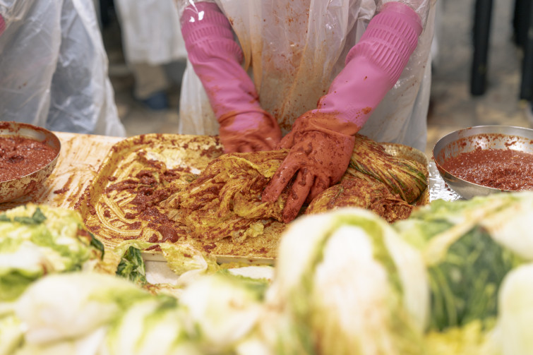 YTo1ODp7czo4OiJGaWxlTmFtZSI7czo0MDoiNGQ0MzhhMzYtZDI4Yy00ZmE0LTlmNjctMTYyNjkzZTIwMmZlLmpwZyI7czoxMjoiRmlsZURhdGVUaW1lIjtpOjE3NjQ4MzQ2MTI7czo4OiJGaWxlU2l6ZSI7aToxMjQ3MzYyO3M6ODoiRmlsZVR5cGUiO2k6MjtzOjg6Ik1pbWVUeXBlIjtzOjEwOiJpbWFnZS9qcGVnIjtzOjEzOiJTZWN0aW9uc0ZvdW5kIjtzOjMwOiJBTllfVEFHLCBJRkQwLCBUSFVNQk5BSUwsIEVYSUYiO3M6ODoiQ09NUFVURUQiO2E6OTp7czo0OiJodG1sIjtzOjI2OiJ3aWR0aD0iMTcxNCIgaGVpZ2h0PSIxMTQzIiI7czo2OiJIZWlnaHQiO2k6MTE0MztzOjU6IldpZHRoIjtpOjE3MTQ7czo3OiJJc0NvbG9yIjtpOjE7czoxNzoiQnl0ZU9yZGVyTW90b3JvbGEiO2k6MDtzOjE1OiJBcGVydHVyZUZOdW1iZXIiO3M6NToiZi8zLjIiO3M6OToiQ29weXJpZ2h0IjtzOjQ6IllBQkMiO3M6MTg6IlRodW1ibmFpbC5GaWxlVHlwZSI7aToyO3M6MTg6IlRodW1ibmFpbC5NaW1lVHlwZSI7czoxMDoiaW1hZ2UvanBlZyI7fXM6NDoiTWFrZSI7czo0OiJTT05ZIjtzOjU6Ik1vZGVsIjtzOjg6IklMQ0UtN000IjtzOjExOiJYUmVzb2x1dGlvbiI7czo1OiIyNDAvMSI7czoxMToiWVJlc29sdXRpb24iO3M6NToiMjQwLzEiO3M6MTQ6IlJlc29sdXRpb25Vbml0IjtpOjI7czo4OiJTb2Z0d2FyZSI7czo1MjoiQWRvYmUgUGhvdG9zaG9wIExpZ2h0cm9vbSBDbGFzc2ljIDE1LjAuMSAoTWFjaW50b3NoKSI7czo4OiJEYXRlVGltZSI7czoxOToiMjAyNToxMjowNCAxNTo0Njo0NSI7czo2OiJBcnRpc3QiO3M6NzoiWUFCQ19TRyI7czo5OiJDb3B5cmlnaHQiO3M6NDoiWUFCQyI7czoxNjoiRXhpZl9JRkRfUG9pbnRlciI7aToyNTQ7czo5OiJUSFVNQk5BSUwiO2E6Njp7czoxMToiQ29tcHJlc3Npb24iO2k6NjtzOjExOiJYUmVzb2x1dGlvbiI7czo0OiI3Mi8xIjtzOjExOiJZUmVzb2x1dGlvbiI7czo0OiI3Mi8xIjtzOjE0OiJSZXNvbHV0aW9uVW5pdCI7aToyO3M6MjE6IkpQRUdJbnRlcmNoYW5nZUZvcm1hdCI7aToxMDQwO3M6Mjc6IkpQRUdJbnRlcmNoYW5nZUZvcm1hdExlbmd0aCI7aToxNTk1NDt9czoxMjoiRXhwb3N1cmVUaW1lIjtzOjQ6IjEvNjAiO3M6NzoiRk51bWJlciI7czo1OiIzMi8xMCI7czoxNToiRXhwb3N1cmVQcm9ncmFtIjtpOjE7czoxNToiSVNPU3BlZWRSYXRpbmdzIjtpOjIwMDtzOjE5OiJVbmRlZmluZWRUYWc6MHg4ODMwIjtpOjI7czoxOToiVW5kZWZpbmVkVGFnOjB4ODgzMiI7aToyMDA7czoxMToiRXhpZlZlcnNpb24iO3M6NDoiMDIzMiI7czoxNjoiRGF0ZVRpbWVPcmlnaW5hbCI7czoxOToiMjAyNToxMjowNCAxMDoxMjo0NSI7czoxNzoiRGF0ZVRpbWVEaWdpdGl6ZWQiO3M6MTk6IjIwMjU6MTI6MDQgMTA6MTI6NDUiO3M6MTk6IlVuZGVmaW5lZFRhZzoweDkwMTAiO3M6NjoiKzA5OjAwIjtzOjE5OiJVbmRlZmluZWRUYWc6MHg5MDExIjtzOjY6IiswOTowMCI7czoxOToiVW5kZWZpbmVkVGFnOjB4OTAxMiI7czo2OiIrMDk6MDAiO3M6MTc6IlNodXR0ZXJTcGVlZFZhbHVlIjtzOjE1OiI1OTA2ODkxLzEwMDAwMDAiO3M6MTM6IkFwZXJ0dXJlVmFsdWUiO3M6MTU6IjMzNTYxNDQvMTAwMDAwMCI7czoxNToiQnJpZ2h0bmVzc1ZhbHVlIjtzOjk6IjgzOTQvMjU2MCI7czoxNzoiRXhwb3N1cmVCaWFzVmFsdWUiO3M6NDoiMC8xMCI7czoxNjoiTWF4QXBlcnR1cmVWYWx1ZSI7czo3OiI3NjAvMjU2IjtzOjEyOiJNZXRlcmluZ01vZGUiO2k6NTtzOjExOiJMaWdodFNvdXJjZSI7aTowO3M6NToiRmxhc2giO2k6MTM7czoxMToiRm9jYWxMZW5ndGgiO3M6NjoiNzAwLzEwIjtzOjE4OiJTdWJTZWNUaW1lT3JpZ2luYWwiO3M6MzoiOTY2IjtzOjE5OiJTdWJTZWNUaW1lRGlnaXRpemVkIjtzOjM6Ijk2NiI7czoxMDoiQ29sb3JTcGFjZSI7aTo2NTUzNTtzOjIxOiJGb2NhbFBsYW5lWFJlc29sdXRpb24iO3M6MTQ6IjY0NDQ5MzM5LzMyNzY4IjtzOjIxOiJGb2NhbFBsYW5lWVJlc29sdXRpb24iO3M6MTQ6IjY0NDQ5MzM5LzMyNzY4IjtzOjI0OiJGb2NhbFBsYW5lUmVzb2x1dGlvblVuaXQiO2k6MztzOjEwOiJGaWxlU291cmNlIjtzOjE6IgMiO3M6OToiU2NlbmVUeXBlIjtzOjE6IgEiO3M6MTQ6IkN1c3RvbVJlbmRlcmVkIjtpOjA7czoxMjoiRXhwb3N1cmVNb2RlIjtpOjE7czoxMjoiV2hpdGVCYWxhbmNlIjtpOjE7czoxNjoiRGlnaXRhbFpvb21SYXRpbyI7czo1OiIxNi8xNiI7czoyMToiRm9jYWxMZW5ndGhJbjM1bW1GaWxtIjtpOjcwO3M6MTY6IlNjZW5lQ2FwdHVyZVR5cGUiO2k6MDtzOjg6IkNvbnRyYXN0IjtpOjA7czoxMDoiU2F0dXJhdGlvbiI7aTowO3M6OToiU2hhcnBuZXNzIjtpOjA7czoxOToiVW5kZWZpbmVkVGFnOjB4QTQzMiI7YTo0OntpOjA7czo2OiIyNDAvMTAiO2k6MTtzOjY6IjcwMC8xMCI7aToyO3M6NToiMjgvMTAiO2k6MztzOjU6IjI4LzEwIjt9czoxOToiVW5kZWZpbmVkVGFnOjB4QTQzNCI7czoyMToiRkUgMjQtNzBtbSBGMi44IEdNIElJIjt9