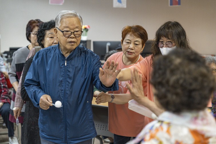 YTo1ODp7czo4OiJGaWxlTmFtZSI7czo0MDoiNGU0N2IzODAtOTg2Ny00MWE2LThlNTYtZDEzYjllMWQ0ZjczLmpwZyI7czoxMjoiRmlsZURhdGVUaW1lIjtpOjE3NDg1ODU0NjA7czo4OiJGaWxlU2l6ZSI7aToyNTcyNjUzO3M6ODoiRmlsZVR5cGUiO2k6MjtzOjg6Ik1pbWVUeXBlIjtzOjEwOiJpbWFnZS9qcGVnIjtzOjEzOiJTZWN0aW9uc0ZvdW5kIjtzOjMwOiJBTllfVEFHLCBJRkQwLCBUSFVNQk5BSUwsIEVYSUYiO3M6ODoiQ09NUFVURUQiO2E6OTp7czo0OiJodG1sIjtzOjI2OiJ3aWR0aD0iMTc0NSIgaGVpZ2h0PSIxMTYzIiI7czo2OiJIZWlnaHQiO2k6MTE2MztzOjU6IldpZHRoIjtpOjE3NDU7czo3OiJJc0NvbG9yIjtpOjE7czoxNzoiQnl0ZU9yZGVyTW90b3JvbGEiO2k6MDtzOjE1OiJBcGVydHVyZUZOdW1iZXIiO3M6NToiZi8yLjgiO3M6OToiQ29weXJpZ2h0IjtzOjQ6IllBQkMiO3M6MTg6IlRodW1ibmFpbC5GaWxlVHlwZSI7aToyO3M6MTg6IlRodW1ibmFpbC5NaW1lVHlwZSI7czoxMDoiaW1hZ2UvanBlZyI7fXM6NDoiTWFrZSI7czo0OiJTT05ZIjtzOjU6Ik1vZGVsIjtzOjg6IklMQ0UtN000IjtzOjExOiJYUmVzb2x1dGlvbiI7czo1OiIyNDAvMSI7czoxMToiWVJlc29sdXRpb24iO3M6NToiMjQwLzEiO3M6MTQ6IlJlc29sdXRpb25Vbml0IjtpOjI7czo4OiJTb2Z0d2FyZSI7czo1MjoiQWRvYmUgUGhvdG9zaG9wIExpZ2h0cm9vbSBDbGFzc2ljIDE0LjMuMSAoTWFjaW50b3NoKSI7czo4OiJEYXRlVGltZSI7czoxOToiMjAyNTowNTozMCAxNTowODowNyI7czo2OiJBcnRpc3QiO3M6NzoiWUFCQ19TRyI7czo5OiJDb3B5cmlnaHQiO3M6NDoiWUFCQyI7czoxNjoiRXhpZl9JRkRfUG9pbnRlciI7aToyNTQ7czo5OiJUSFVNQk5BSUwiO2E6Njp7czoxMToiQ29tcHJlc3Npb24iO2k6NjtzOjExOiJYUmVzb2x1dGlvbiI7czo0OiI3Mi8xIjtzOjExOiJZUmVzb2x1dGlvbiI7czo0OiI3Mi8xIjtzOjE0OiJSZXNvbHV0aW9uVW5pdCI7aToyO3M6MjE6IkpQRUdJbnRlcmNoYW5nZUZvcm1hdCI7aToxMDQwO3M6Mjc6IkpQRUdJbnRlcmNoYW5nZUZvcm1hdExlbmd0aCI7aToxNDY2NTt9czoxMjoiRXhwb3N1cmVUaW1lIjtzOjU6IjEvMjUwIjtzOjc6IkZOdW1iZXIiO3M6NToiMjgvMTAiO3M6MTU6IkV4cG9zdXJlUHJvZ3JhbSI7aToxO3M6MTU6IklTT1NwZWVkUmF0aW5ncyI7aToxMDAwO3M6MTk6IlVuZGVmaW5lZFRhZzoweDg4MzAiO2k6MjtzOjE5OiJVbmRlZmluZWRUYWc6MHg4ODMyIjtpOjEwMDA7czoxMToiRXhpZlZlcnNpb24iO3M6NDoiMDIzMiI7czoxNjoiRGF0ZVRpbWVPcmlnaW5hbCI7czoxOToiMjAyNTowNTozMCAxMTowMDoxOCI7czoxNzoiRGF0ZVRpbWVEaWdpdGl6ZWQiO3M6MTk6IjIwMjU6MDU6MzAgMTE6MDA6MTgiO3M6MTk6IlVuZGVmaW5lZFRhZzoweDkwMTAiO3M6NjoiKzA5OjAwIjtzOjE5OiJVbmRlZmluZWRUYWc6MHg5MDExIjtzOjY6IiswOTowMCI7czoxOToiVW5kZWZpbmVkVGFnOjB4OTAxMiI7czo2OiIrMDk6MDAiO3M6MTc6IlNodXR0ZXJTcGVlZFZhbHVlIjtzOjE1OiI3OTY1Nzg0LzEwMDAwMDAiO3M6MTM6IkFwZXJ0dXJlVmFsdWUiO3M6MTU6IjI5NzA4NTQvMTAwMDAwMCI7czoxNToiQnJpZ2h0bmVzc1ZhbHVlIjtzOjk6IjM1OTQvMjU2MCI7czoxNzoiRXhwb3N1cmVCaWFzVmFsdWUiO3M6NDoiMC8xMCI7czoxNjoiTWF4QXBlcnR1cmVWYWx1ZSI7czo3OiI3NjAvMjU2IjtzOjEyOiJNZXRlcmluZ01vZGUiO2k6NTtzOjExOiJMaWdodFNvdXJjZSI7aTowO3M6NToiRmxhc2giO2k6MTY7czoxMToiRm9jYWxMZW5ndGgiO3M6NjoiNjQwLzEwIjtzOjE4OiJTdWJTZWNUaW1lT3JpZ2luYWwiO3M6MzoiOTQ0IjtzOjE5OiJTdWJTZWNUaW1lRGlnaXRpemVkIjtzOjM6Ijk0NCI7czoxMDoiQ29sb3JTcGFjZSI7aTo2NTUzNTtzOjIxOiJGb2NhbFBsYW5lWFJlc29sdXRpb24iO3M6MTQ6IjY0NDQ5MzM5LzMyNzY4IjtzOjIxOiJGb2NhbFBsYW5lWVJlc29sdXRpb24iO3M6MTQ6IjY0NDQ5MzM5LzMyNzY4IjtzOjI0OiJGb2NhbFBsYW5lUmVzb2x1dGlvblVuaXQiO2k6MztzOjEwOiJGaWxlU291cmNlIjtzOjE6IgMiO3M6OToiU2NlbmVUeXBlIjtzOjE6IgEiO3M6MTQ6IkN1c3RvbVJlbmRlcmVkIjtpOjA7czoxMjoiRXhwb3N1cmVNb2RlIjtpOjE7czoxMjoiV2hpdGVCYWxhbmNlIjtpOjE7czoxNjoiRGlnaXRhbFpvb21SYXRpbyI7czo1OiIxNi8xNiI7czoyMToiRm9jYWxMZW5ndGhJbjM1bW1GaWxtIjtpOjY0O3M6MTY6IlNjZW5lQ2FwdHVyZVR5cGUiO2k6MDtzOjg6IkNvbnRyYXN0IjtpOjA7czoxMDoiU2F0dXJhdGlvbiI7aTowO3M6OToiU2hhcnBuZXNzIjtpOjA7czoxOToiVW5kZWZpbmVkVGFnOjB4QTQzMiI7YTo0OntpOjA7czo2OiIyNDAvMTAiO2k6MTtzOjY6IjcwMC8xMCI7aToyO3M6NToiMjgvMTAiO2k6MztzOjU6IjI4LzEwIjt9czoxOToiVW5kZWZpbmVkVGFnOjB4QTQzNCI7czoyMToiRkUgMjQtNzBtbSBGMi44IEdNIElJIjt9