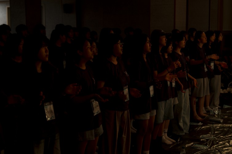 YTo1ODp7czo4OiJGaWxlTmFtZSI7czo0MDoiNTBkMjZmNjItNmQzMS00OGU2LWIzOWItMWJiODRlNWRmYTJkLmpwZyI7czoxMjoiRmlsZURhdGVUaW1lIjtpOjE3NTM3NjYwODg7czo4OiJGaWxlU2l6ZSI7aTo2NTY4MzY7czo4OiJGaWxlVHlwZSI7aToyO3M6ODoiTWltZVR5cGUiO3M6MTA6ImltYWdlL2pwZWciO3M6MTM6IlNlY3Rpb25zRm91bmQiO3M6MzA6IkFOWV9UQUcsIElGRDAsIFRIVU1CTkFJTCwgRVhJRiI7czo4OiJDT01QVVRFRCI7YTo5OntzOjQ6Imh0bWwiO3M6MjY6IndpZHRoPSIxNzUyIiBoZWlnaHQ9IjExNjgiIjtzOjY6IkhlaWdodCI7aToxMTY4O3M6NToiV2lkdGgiO2k6MTc1MjtzOjc6IklzQ29sb3IiO2k6MTtzOjE3OiJCeXRlT3JkZXJNb3Rvcm9sYSI7aTowO3M6MTU6IkFwZXJ0dXJlRk51bWJlciI7czo1OiJmLzIuOCI7czo5OiJDb3B5cmlnaHQiO3M6NDoiWUFCQyI7czoxODoiVGh1bWJuYWlsLkZpbGVUeXBlIjtpOjI7czoxODoiVGh1bWJuYWlsLk1pbWVUeXBlIjtzOjEwOiJpbWFnZS9qcGVnIjt9czo0OiJNYWtlIjtzOjQ6IlNPTlkiO3M6NToiTW9kZWwiO3M6ODoiSUxDRS03TTQiO3M6MTE6IlhSZXNvbHV0aW9uIjtzOjU6IjI0MC8xIjtzOjExOiJZUmVzb2x1dGlvbiI7czo1OiIyNDAvMSI7czoxNDoiUmVzb2x1dGlvblVuaXQiO2k6MjtzOjg6IlNvZnR3YXJlIjtzOjUwOiJBZG9iZSBQaG90b3Nob3AgTGlnaHRyb29tIENsYXNzaWMgMTQuNCAoTWFjaW50b3NoKSI7czo4OiJEYXRlVGltZSI7czoxOToiMjAyNTowNzoyOSAxNDoxNDozMiI7czo2OiJBcnRpc3QiO3M6NzoiWUFCQ19TRyI7czo5OiJDb3B5cmlnaHQiO3M6NDoiWUFCQyI7czoxNjoiRXhpZl9JRkRfUG9pbnRlciI7aToyNTI7czo5OiJUSFVNQk5BSUwiO2E6Njp7czoxMToiQ29tcHJlc3Npb24iO2k6NjtzOjExOiJYUmVzb2x1dGlvbiI7czo0OiI3Mi8xIjtzOjExOiJZUmVzb2x1dGlvbiI7czo0OiI3Mi8xIjtzOjE0OiJSZXNvbHV0aW9uVW5pdCI7aToyO3M6MjE6IkpQRUdJbnRlcmNoYW5nZUZvcm1hdCI7aToxMDM4O3M6Mjc6IkpQRUdJbnRlcmNoYW5nZUZvcm1hdExlbmd0aCI7aTo3NDUxO31zOjEyOiJFeHBvc3VyZVRpbWUiO3M6NDoiMS82MCI7czo3OiJGTnVtYmVyIjtzOjU6IjI4LzEwIjtzOjE1OiJFeHBvc3VyZVByb2dyYW0iO2k6MTtzOjE1OiJJU09TcGVlZFJhdGluZ3MiO2k6NjQwO3M6MTk6IlVuZGVmaW5lZFRhZzoweDg4MzAiO2k6MjtzOjE5OiJVbmRlZmluZWRUYWc6MHg4ODMyIjtpOjY0MDtzOjExOiJFeGlmVmVyc2lvbiI7czo0OiIwMjMyIjtzOjE2OiJEYXRlVGltZU9yaWdpbmFsIjtzOjE5OiIyMDI1OjA3OjI3IDIwOjI4OjM0IjtzOjE3OiJEYXRlVGltZURpZ2l0aXplZCI7czoxOToiMjAyNTowNzoyNyAyMDoyODozNCI7czoxOToiVW5kZWZpbmVkVGFnOjB4OTAxMCI7czo2OiIrMDk6MDAiO3M6MTk6IlVuZGVmaW5lZFRhZzoweDkwMTEiO3M6NjoiKzA5OjAwIjtzOjE5OiJVbmRlZmluZWRUYWc6MHg5MDEyIjtzOjY6IiswOTowMCI7czoxNzoiU2h1dHRlclNwZWVkVmFsdWUiO3M6MTU6IjU5MDY4OTEvMTAwMDAwMCI7czoxMzoiQXBlcnR1cmVWYWx1ZSI7czoxNToiMjk3MDg1NC8xMDAwMDAwIjtzOjE1OiJCcmlnaHRuZXNzVmFsdWUiO3M6MTA6Ii02OTc2LzI1NjAiO3M6MTc6IkV4cG9zdXJlQmlhc1ZhbHVlIjtzOjQ6IjAvMTAiO3M6MTY6Ik1heEFwZXJ0dXJlVmFsdWUiO3M6NzoiNzYwLzI1NiI7czoxMjoiTWV0ZXJpbmdNb2RlIjtpOjU7czoxMToiTGlnaHRTb3VyY2UiO2k6MDtzOjU6IkZsYXNoIjtpOjE2O3M6MTE6IkZvY2FsTGVuZ3RoIjtzOjY6IjU5MC8xMCI7czoxODoiU3ViU2VjVGltZU9yaWdpbmFsIjtzOjM6IjcxNSI7czoxOToiU3ViU2VjVGltZURpZ2l0aXplZCI7czozOiI3MTUiO3M6MTA6IkNvbG9yU3BhY2UiO2k6NjU1MzU7czoyMToiRm9jYWxQbGFuZVhSZXNvbHV0aW9uIjtzOjE0OiI2NDQ0OTMzOS8zMjc2OCI7czoyMToiRm9jYWxQbGFuZVlSZXNvbHV0aW9uIjtzOjE0OiI2NDQ0OTMzOS8zMjc2OCI7czoyNDoiRm9jYWxQbGFuZVJlc29sdXRpb25Vbml0IjtpOjM7czoxMDoiRmlsZVNvdXJjZSI7czoxOiIDIjtzOjk6IlNjZW5lVHlwZSI7czoxOiIBIjtzOjE0OiJDdXN0b21SZW5kZXJlZCI7aTowO3M6MTI6IkV4cG9zdXJlTW9kZSI7aToxO3M6MTI6IldoaXRlQmFsYW5jZSI7aToxO3M6MTY6IkRpZ2l0YWxab29tUmF0aW8iO3M6NToiMTYvMTYiO3M6MjE6IkZvY2FsTGVuZ3RoSW4zNW1tRmlsbSI7aTo1OTtzOjE2OiJTY2VuZUNhcHR1cmVUeXBlIjtpOjA7czo4OiJDb250cmFzdCI7aTowO3M6MTA6IlNhdHVyYXRpb24iO2k6MDtzOjk6IlNoYXJwbmVzcyI7aTowO3M6MTk6IlVuZGVmaW5lZFRhZzoweEE0MzIiO2E6NDp7aTowO3M6NjoiMjQwLzEwIjtpOjE7czo2OiI3MDAvMTAiO2k6MjtzOjU6IjI4LzEwIjtpOjM7czo1OiIyOC8xMCI7fXM6MTk6IlVuZGVmaW5lZFRhZzoweEE0MzQiO3M6MjE6IkZFIDI0LTcwbW0gRjIuOCBHTSBJSSI7fQ==