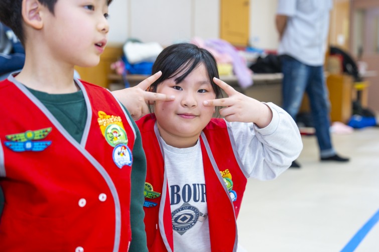 YTo1ODp7czo4OiJGaWxlTmFtZSI7czo0MDoiNTUwY2U5MzItM2M5OS00MzY2LTg2NWYtMjUxNGIwZmNmZWFlLmpwZyI7czoxMjoiRmlsZURhdGVUaW1lIjtpOjE3NDIwMjQ1NDQ7czo4OiJGaWxlU2l6ZSI7aToxMTkwODI2O3M6ODoiRmlsZVR5cGUiO2k6MjtzOjg6Ik1pbWVUeXBlIjtzOjEwOiJpbWFnZS9qcGVnIjtzOjEzOiJTZWN0aW9uc0ZvdW5kIjtzOjMwOiJBTllfVEFHLCBJRkQwLCBUSFVNQk5BSUwsIEVYSUYiO3M6ODoiQ09NUFVURUQiO2E6OTp7czo0OiJodG1sIjtzOjI2OiJ3aWR0aD0iMTc1MiIgaGVpZ2h0PSIxMTY4IiI7czo2OiJIZWlnaHQiO2k6MTE2ODtzOjU6IldpZHRoIjtpOjE3NTI7czo3OiJJc0NvbG9yIjtpOjE7czoxNzoiQnl0ZU9yZGVyTW90b3JvbGEiO2k6MDtzOjE1OiJBcGVydHVyZUZOdW1iZXIiO3M6NToiZi8yLjgiO3M6OToiQ29weXJpZ2h0IjtzOjQ6IllBQkMiO3M6MTg6IlRodW1ibmFpbC5GaWxlVHlwZSI7aToyO3M6MTg6IlRodW1ibmFpbC5NaW1lVHlwZSI7czoxMDoiaW1hZ2UvanBlZyI7fXM6NDoiTWFrZSI7czo0OiJTT05ZIjtzOjU6Ik1vZGVsIjtzOjg6IklMQ0UtN000IjtzOjExOiJYUmVzb2x1dGlvbiI7czo1OiIyNDAvMSI7czoxMToiWVJlc29sdXRpb24iO3M6NToiMjQwLzEiO3M6MTQ6IlJlc29sdXRpb25Vbml0IjtpOjI7czo4OiJTb2Z0d2FyZSI7czo1MDoiQWRvYmUgUGhvdG9zaG9wIExpZ2h0cm9vbSBDbGFzc2ljIDE0LjIgKE1hY2ludG9zaCkiO3M6ODoiRGF0ZVRpbWUiO3M6MTk6IjIwMjU6MDM6MTUgMTU6NDQ6MzgiO3M6NjoiQXJ0aXN0IjtzOjc6IllBQkNfU0ciO3M6OToiQ29weXJpZ2h0IjtzOjQ6IllBQkMiO3M6MTY6IkV4aWZfSUZEX1BvaW50ZXIiO2k6MjUyO3M6OToiVEhVTUJOQUlMIjthOjY6e3M6MTE6IkNvbXByZXNzaW9uIjtpOjY7czoxMToiWFJlc29sdXRpb24iO3M6NDoiNzIvMSI7czoxMToiWVJlc29sdXRpb24iO3M6NDoiNzIvMSI7czoxNDoiUmVzb2x1dGlvblVuaXQiO2k6MjtzOjIxOiJKUEVHSW50ZXJjaGFuZ2VGb3JtYXQiO2k6MTAzODtzOjI3OiJKUEVHSW50ZXJjaGFuZ2VGb3JtYXRMZW5ndGgiO2k6MTc3MzA7fXM6MTI6IkV4cG9zdXJlVGltZSI7czo1OiIxLzIwMCI7czo3OiJGTnVtYmVyIjtzOjU6IjI4LzEwIjtzOjE1OiJFeHBvc3VyZVByb2dyYW0iO2k6MTtzOjE1OiJJU09TcGVlZFJhdGluZ3MiO2k6NDAwO3M6MTk6IlVuZGVmaW5lZFRhZzoweDg4MzAiO2k6MjtzOjE5OiJVbmRlZmluZWRUYWc6MHg4ODMyIjtpOjQwMDtzOjExOiJFeGlmVmVyc2lvbiI7czo0OiIwMjMyIjtzOjE2OiJEYXRlVGltZU9yaWdpbmFsIjtzOjE5OiIyMDI1OjAzOjE1IDEwOjIyOjEyIjtzOjE3OiJEYXRlVGltZURpZ2l0aXplZCI7czoxOToiMjAyNTowMzoxNSAxMDoyMjoxMiI7czoxOToiVW5kZWZpbmVkVGFnOjB4OTAxMCI7czo2OiIrMDk6MDAiO3M6MTk6IlVuZGVmaW5lZFRhZzoweDkwMTEiO3M6NjoiKzA5OjAwIjtzOjE5OiJVbmRlZmluZWRUYWc6MHg5MDEyIjtzOjY6IiswOTowMCI7czoxNzoiU2h1dHRlclNwZWVkVmFsdWUiO3M6MTU6Ijc2NDM4NTYvMTAwMDAwMCI7czoxMzoiQXBlcnR1cmVWYWx1ZSI7czoxNToiMjk3MDg1NC8xMDAwMDAwIjtzOjE1OiJCcmlnaHRuZXNzVmFsdWUiO3M6OToiNzI4NC8yNTYwIjtzOjE3OiJFeHBvc3VyZUJpYXNWYWx1ZSI7czo0OiIwLzEwIjtzOjE2OiJNYXhBcGVydHVyZVZhbHVlIjtzOjc6Ijc2MC8yNTYiO3M6MTI6Ik1ldGVyaW5nTW9kZSI7aTo1O3M6MTE6IkxpZ2h0U291cmNlIjtpOjA7czo1OiJGbGFzaCI7aToxMztzOjExOiJGb2NhbExlbmd0aCI7czo2OiI0ODAvMTAiO3M6MTg6IlN1YlNlY1RpbWVPcmlnaW5hbCI7czozOiI3OTQiO3M6MTk6IlN1YlNlY1RpbWVEaWdpdGl6ZWQiO3M6MzoiNzk0IjtzOjEwOiJDb2xvclNwYWNlIjtpOjY1NTM1O3M6MjE6IkZvY2FsUGxhbmVYUmVzb2x1dGlvbiI7czoxNDoiNjQ0NDkzMzkvMzI3NjgiO3M6MjE6IkZvY2FsUGxhbmVZUmVzb2x1dGlvbiI7czoxNDoiNjQ0NDkzMzkvMzI3NjgiO3M6MjQ6IkZvY2FsUGxhbmVSZXNvbHV0aW9uVW5pdCI7aTozO3M6MTA6IkZpbGVTb3VyY2UiO3M6MToiAyI7czo5OiJTY2VuZVR5cGUiO3M6MToiASI7czoxNDoiQ3VzdG9tUmVuZGVyZWQiO2k6MDtzOjEyOiJFeHBvc3VyZU1vZGUiO2k6MTtzOjEyOiJXaGl0ZUJhbGFuY2UiO2k6MDtzOjE2OiJEaWdpdGFsWm9vbVJhdGlvIjtzOjU6IjE2LzE2IjtzOjIxOiJGb2NhbExlbmd0aEluMzVtbUZpbG0iO2k6NDg7czoxNjoiU2NlbmVDYXB0dXJlVHlwZSI7aTowO3M6ODoiQ29udHJhc3QiO2k6MDtzOjEwOiJTYXR1cmF0aW9uIjtpOjA7czo5OiJTaGFycG5lc3MiO2k6MDtzOjE5OiJVbmRlZmluZWRUYWc6MHhBNDMyIjthOjQ6e2k6MDtzOjY6IjI0MC8xMCI7aToxO3M6NjoiNzAwLzEwIjtpOjI7czo1OiIyOC8xMCI7aTozO3M6NToiMjgvMTAiO31zOjE5OiJVbmRlZmluZWRUYWc6MHhBNDM0IjtzOjIxOiJGRSAyNC03MG1tIEYyLjggR00gSUkiO30=