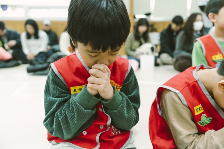 YTo1ODp7czo4OiJGaWxlTmFtZSI7czo0MDoiNThlOTU0NTQtOGIzNi00ZThkLWJkMWUtOGM4MTdiOTg1Y2YyLmpwZyI7czoxMjoiRmlsZURhdGVUaW1lIjtpOjE3NjUwNzg3NTI7czo4OiJGaWxlU2l6ZSI7aToxNDg4NTAzO3M6ODoiRmlsZVR5cGUiO2k6MjtzOjg6Ik1pbWVUeXBlIjtzOjEwOiJpbWFnZS9qcGVnIjtzOjEzOiJTZWN0aW9uc0ZvdW5kIjtzOjMwOiJBTllfVEFHLCBJRkQwLCBUSFVNQk5BSUwsIEVYSUYiO3M6ODoiQ09NUFVURUQiO2E6OTp7czo0OiJodG1sIjtzOjI2OiJ3aWR0aD0iMTc1MiIgaGVpZ2h0PSIxMTY4IiI7czo2OiJIZWlnaHQiO2k6MTE2ODtzOjU6IldpZHRoIjtpOjE3NTI7czo3OiJJc0NvbG9yIjtpOjE7czoxNzoiQnl0ZU9yZGVyTW90b3JvbGEiO2k6MDtzOjE1OiJBcGVydHVyZUZOdW1iZXIiO3M6NToiZi8yLjgiO3M6OToiQ29weXJpZ2h0IjtzOjQ6IllBQkMiO3M6MTg6IlRodW1ibmFpbC5GaWxlVHlwZSI7aToyO3M6MTg6IlRodW1ibmFpbC5NaW1lVHlwZSI7czoxMDoiaW1hZ2UvanBlZyI7fXM6NDoiTWFrZSI7czo0OiJTT05ZIjtzOjU6Ik1vZGVsIjtzOjg6IklMQ0UtN000IjtzOjExOiJYUmVzb2x1dGlvbiI7czo1OiIyNDAvMSI7czoxMToiWVJlc29sdXRpb24iO3M6NToiMjQwLzEiO3M6MTQ6IlJlc29sdXRpb25Vbml0IjtpOjI7czo4OiJTb2Z0d2FyZSI7czo1MjoiQWRvYmUgUGhvdG9zaG9wIExpZ2h0cm9vbSBDbGFzc2ljIDE1LjAuMSAoTWFjaW50b3NoKSI7czo4OiJEYXRlVGltZSI7czoxOToiMjAyNToxMjowNyAxMjozNTo1MSI7czo2OiJBcnRpc3QiO3M6NzoiWUFCQ19TRyI7czo5OiJDb3B5cmlnaHQiO3M6NDoiWUFCQyI7czoxNjoiRXhpZl9JRkRfUG9pbnRlciI7aToyNTQ7czo5OiJUSFVNQk5BSUwiO2E6Njp7czoxMToiQ29tcHJlc3Npb24iO2k6NjtzOjExOiJYUmVzb2x1dGlvbiI7czo0OiI3Mi8xIjtzOjExOiJZUmVzb2x1dGlvbiI7czo0OiI3Mi8xIjtzOjE0OiJSZXNvbHV0aW9uVW5pdCI7aToyO3M6MjE6IkpQRUdJbnRlcmNoYW5nZUZvcm1hdCI7aToxMDQwO3M6Mjc6IkpQRUdJbnRlcmNoYW5nZUZvcm1hdExlbmd0aCI7aToxNzU0ODt9czoxMjoiRXhwb3N1cmVUaW1lIjtzOjU6IjEvMjUwIjtzOjc6IkZOdW1iZXIiO3M6NToiMjgvMTAiO3M6MTU6IkV4cG9zdXJlUHJvZ3JhbSI7aToxO3M6MTU6IklTT1NwZWVkUmF0aW5ncyI7aTo1MDA7czoxOToiVW5kZWZpbmVkVGFnOjB4ODgzMCI7aToyO3M6MTk6IlVuZGVmaW5lZFRhZzoweDg4MzIiO2k6NTAwO3M6MTE6IkV4aWZWZXJzaW9uIjtzOjQ6IjAyMzIiO3M6MTY6IkRhdGVUaW1lT3JpZ2luYWwiO3M6MTk6IjIwMjU6MTI6MDYgMDk6NTY6MjYiO3M6MTc6IkRhdGVUaW1lRGlnaXRpemVkIjtzOjE5OiIyMDI1OjEyOjA2IDA5OjU2OjI2IjtzOjE5OiJVbmRlZmluZWRUYWc6MHg5MDEwIjtzOjY6IiswOTowMCI7czoxOToiVW5kZWZpbmVkVGFnOjB4OTAxMSI7czo2OiIrMDk6MDAiO3M6MTk6IlVuZGVmaW5lZFRhZzoweDkwMTIiO3M6NjoiKzA5OjAwIjtzOjE3OiJTaHV0dGVyU3BlZWRWYWx1ZSI7czoxNToiNzk2NTc4NC8xMDAwMDAwIjtzOjEzOiJBcGVydHVyZVZhbHVlIjtzOjE1OiIyOTcwODU0LzEwMDAwMDAiO3M6MTU6IkJyaWdodG5lc3NWYWx1ZSI7czo5OiI2ODg0LzI1NjAiO3M6MTc6IkV4cG9zdXJlQmlhc1ZhbHVlIjtzOjQ6IjAvMTAiO3M6MTY6Ik1heEFwZXJ0dXJlVmFsdWUiO3M6NzoiNzYwLzI1NiI7czoxMjoiTWV0ZXJpbmdNb2RlIjtpOjU7czoxMToiTGlnaHRTb3VyY2UiO2k6MDtzOjU6IkZsYXNoIjtpOjEzO3M6MTE6IkZvY2FsTGVuZ3RoIjtzOjY6IjMxMC8xMCI7czoxODoiU3ViU2VjVGltZU9yaWdpbmFsIjtzOjM6IjY1OCI7czoxOToiU3ViU2VjVGltZURpZ2l0aXplZCI7czozOiI2NTgiO3M6MTA6IkNvbG9yU3BhY2UiO2k6NjU1MzU7czoyMToiRm9jYWxQbGFuZVhSZXNvbHV0aW9uIjtzOjE0OiI2NDQ0OTMzOS8zMjc2OCI7czoyMToiRm9jYWxQbGFuZVlSZXNvbHV0aW9uIjtzOjE0OiI2NDQ0OTMzOS8zMjc2OCI7czoyNDoiRm9jYWxQbGFuZVJlc29sdXRpb25Vbml0IjtpOjM7czoxMDoiRmlsZVNvdXJjZSI7czoxOiIDIjtzOjk6IlNjZW5lVHlwZSI7czoxOiIBIjtzOjE0OiJDdXN0b21SZW5kZXJlZCI7aTowO3M6MTI6IkV4cG9zdXJlTW9kZSI7aToxO3M6MTI6IldoaXRlQmFsYW5jZSI7aToxO3M6MTY6IkRpZ2l0YWxab29tUmF0aW8iO3M6NToiMTYvMTYiO3M6MjE6IkZvY2FsTGVuZ3RoSW4zNW1tRmlsbSI7aTozMTtzOjE2OiJTY2VuZUNhcHR1cmVUeXBlIjtpOjA7czo4OiJDb250cmFzdCI7aTowO3M6MTA6IlNhdHVyYXRpb24iO2k6MDtzOjk6IlNoYXJwbmVzcyI7aTowO3M6MTk6IlVuZGVmaW5lZFRhZzoweEE0MzIiO2E6NDp7aTowO3M6NjoiMjQwLzEwIjtpOjE7czo2OiI3MDAvMTAiO2k6MjtzOjU6IjI4LzEwIjtpOjM7czo1OiIyOC8xMCI7fXM6MTk6IlVuZGVmaW5lZFRhZzoweEE0MzQiO3M6MjE6IkZFIDI0LTcwbW0gRjIuOCBHTSBJSSI7fQ==