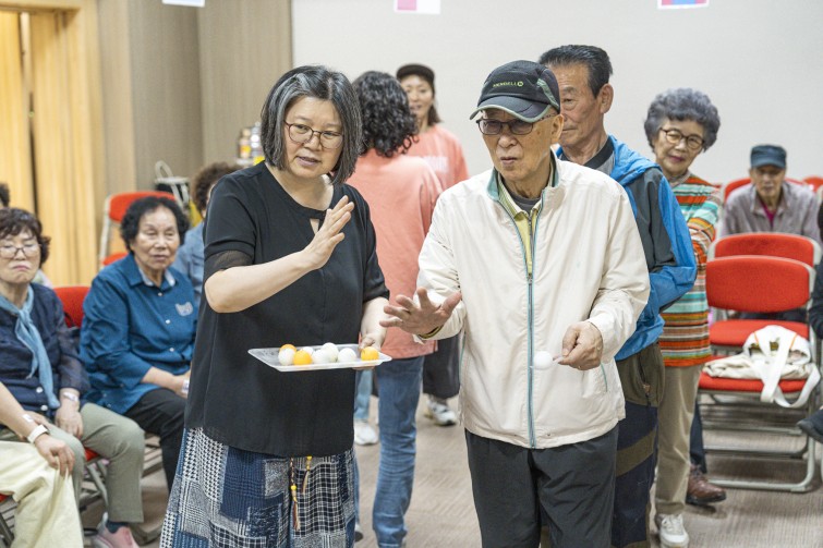 YTo1ODp7czo4OiJGaWxlTmFtZSI7czo0MDoiNTliMWM2NTYtZDQwMC00YzNlLWFkOGEtN2EwNGQ1NjZmOGJiLmpwZyI7czoxMjoiRmlsZURhdGVUaW1lIjtpOjE3NDg1ODU0NTY7czo4OiJGaWxlU2l6ZSI7aToyNjUxOTAwO3M6ODoiRmlsZVR5cGUiO2k6MjtzOjg6Ik1pbWVUeXBlIjtzOjEwOiJpbWFnZS9qcGVnIjtzOjEzOiJTZWN0aW9uc0ZvdW5kIjtzOjMwOiJBTllfVEFHLCBJRkQwLCBUSFVNQk5BSUwsIEVYSUYiO3M6ODoiQ09NUFVURUQiO2E6OTp7czo0OiJodG1sIjtzOjI2OiJ3aWR0aD0iMTc0NSIgaGVpZ2h0PSIxMTYzIiI7czo2OiJIZWlnaHQiO2k6MTE2MztzOjU6IldpZHRoIjtpOjE3NDU7czo3OiJJc0NvbG9yIjtpOjE7czoxNzoiQnl0ZU9yZGVyTW90b3JvbGEiO2k6MDtzOjE1OiJBcGVydHVyZUZOdW1iZXIiO3M6NToiZi8yLjgiO3M6OToiQ29weXJpZ2h0IjtzOjQ6IllBQkMiO3M6MTg6IlRodW1ibmFpbC5GaWxlVHlwZSI7aToyO3M6MTg6IlRodW1ibmFpbC5NaW1lVHlwZSI7czoxMDoiaW1hZ2UvanBlZyI7fXM6NDoiTWFrZSI7czo0OiJTT05ZIjtzOjU6Ik1vZGVsIjtzOjg6IklMQ0UtN000IjtzOjExOiJYUmVzb2x1dGlvbiI7czo1OiIyNDAvMSI7czoxMToiWVJlc29sdXRpb24iO3M6NToiMjQwLzEiO3M6MTQ6IlJlc29sdXRpb25Vbml0IjtpOjI7czo4OiJTb2Z0d2FyZSI7czo1MjoiQWRvYmUgUGhvdG9zaG9wIExpZ2h0cm9vbSBDbGFzc2ljIDE0LjMuMSAoTWFjaW50b3NoKSI7czo4OiJEYXRlVGltZSI7czoxOToiMjAyNTowNTozMCAxNTowODowNiI7czo2OiJBcnRpc3QiO3M6NzoiWUFCQ19TRyI7czo5OiJDb3B5cmlnaHQiO3M6NDoiWUFCQyI7czoxNjoiRXhpZl9JRkRfUG9pbnRlciI7aToyNTQ7czo5OiJUSFVNQk5BSUwiO2E6Njp7czoxMToiQ29tcHJlc3Npb24iO2k6NjtzOjExOiJYUmVzb2x1dGlvbiI7czo0OiI3Mi8xIjtzOjExOiJZUmVzb2x1dGlvbiI7czo0OiI3Mi8xIjtzOjE0OiJSZXNvbHV0aW9uVW5pdCI7aToyO3M6MjE6IkpQRUdJbnRlcmNoYW5nZUZvcm1hdCI7aToxMDQwO3M6Mjc6IkpQRUdJbnRlcmNoYW5nZUZvcm1hdExlbmd0aCI7aToxODcwNDt9czoxMjoiRXhwb3N1cmVUaW1lIjtzOjU6IjEvMjUwIjtzOjc6IkZOdW1iZXIiO3M6NToiMjgvMTAiO3M6MTU6IkV4cG9zdXJlUHJvZ3JhbSI7aToxO3M6MTU6IklTT1NwZWVkUmF0aW5ncyI7aToxMDAwO3M6MTk6IlVuZGVmaW5lZFRhZzoweDg4MzAiO2k6MjtzOjE5OiJVbmRlZmluZWRUYWc6MHg4ODMyIjtpOjEwMDA7czoxMToiRXhpZlZlcnNpb24iO3M6NDoiMDIzMiI7czoxNjoiRGF0ZVRpbWVPcmlnaW5hbCI7czoxOToiMjAyNTowNTozMCAxMDo1OTo0NyI7czoxNzoiRGF0ZVRpbWVEaWdpdGl6ZWQiO3M6MTk6IjIwMjU6MDU6MzAgMTA6NTk6NDciO3M6MTk6IlVuZGVmaW5lZFRhZzoweDkwMTAiO3M6NjoiKzA5OjAwIjtzOjE5OiJVbmRlZmluZWRUYWc6MHg5MDExIjtzOjY6IiswOTowMCI7czoxOToiVW5kZWZpbmVkVGFnOjB4OTAxMiI7czo2OiIrMDk6MDAiO3M6MTc6IlNodXR0ZXJTcGVlZFZhbHVlIjtzOjE1OiI3OTY1Nzg0LzEwMDAwMDAiO3M6MTM6IkFwZXJ0dXJlVmFsdWUiO3M6MTU6IjI5NzA4NTQvMTAwMDAwMCI7czoxNToiQnJpZ2h0bmVzc1ZhbHVlIjtzOjk6IjQ4MDQvMjU2MCI7czoxNzoiRXhwb3N1cmVCaWFzVmFsdWUiO3M6NDoiMC8xMCI7czoxNjoiTWF4QXBlcnR1cmVWYWx1ZSI7czo3OiI3NjAvMjU2IjtzOjEyOiJNZXRlcmluZ01vZGUiO2k6NTtzOjExOiJMaWdodFNvdXJjZSI7aTowO3M6NToiRmxhc2giO2k6MTY7czoxMToiRm9jYWxMZW5ndGgiO3M6NjoiNTQwLzEwIjtzOjE4OiJTdWJTZWNUaW1lT3JpZ2luYWwiO3M6MzoiODg3IjtzOjE5OiJTdWJTZWNUaW1lRGlnaXRpemVkIjtzOjM6Ijg4NyI7czoxMDoiQ29sb3JTcGFjZSI7aTo2NTUzNTtzOjIxOiJGb2NhbFBsYW5lWFJlc29sdXRpb24iO3M6MTQ6IjY0NDQ5MzM5LzMyNzY4IjtzOjIxOiJGb2NhbFBsYW5lWVJlc29sdXRpb24iO3M6MTQ6IjY0NDQ5MzM5LzMyNzY4IjtzOjI0OiJGb2NhbFBsYW5lUmVzb2x1dGlvblVuaXQiO2k6MztzOjEwOiJGaWxlU291cmNlIjtzOjE6IgMiO3M6OToiU2NlbmVUeXBlIjtzOjE6IgEiO3M6MTQ6IkN1c3RvbVJlbmRlcmVkIjtpOjA7czoxMjoiRXhwb3N1cmVNb2RlIjtpOjE7czoxMjoiV2hpdGVCYWxhbmNlIjtpOjE7czoxNjoiRGlnaXRhbFpvb21SYXRpbyI7czo1OiIxNi8xNiI7czoyMToiRm9jYWxMZW5ndGhJbjM1bW1GaWxtIjtpOjU0O3M6MTY6IlNjZW5lQ2FwdHVyZVR5cGUiO2k6MDtzOjg6IkNvbnRyYXN0IjtpOjA7czoxMDoiU2F0dXJhdGlvbiI7aTowO3M6OToiU2hhcnBuZXNzIjtpOjA7czoxOToiVW5kZWZpbmVkVGFnOjB4QTQzMiI7YTo0OntpOjA7czo2OiIyNDAvMTAiO2k6MTtzOjY6IjcwMC8xMCI7aToyO3M6NToiMjgvMTAiO2k6MztzOjU6IjI4LzEwIjt9czoxOToiVW5kZWZpbmVkVGFnOjB4QTQzNCI7czoyMToiRkUgMjQtNzBtbSBGMi44IEdNIElJIjt9