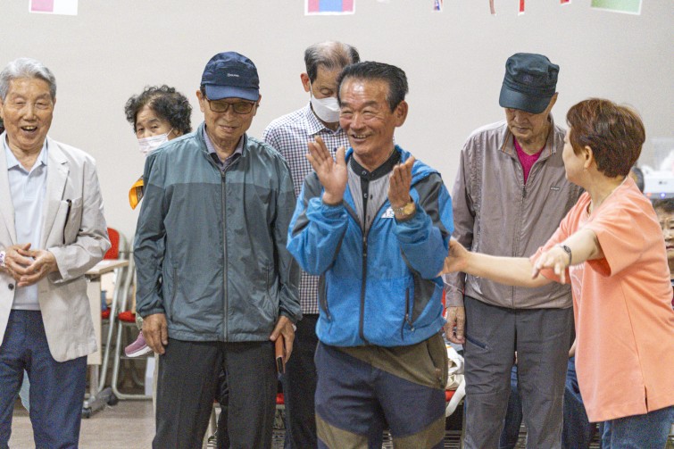 YTo1ODp7czo4OiJGaWxlTmFtZSI7czo0MDoiNWE4NmJjZDQtYjI0Yy00MmNlLThjNzMtMDI5OTc0ZmNmNGJkLmpwZyI7czoxMjoiRmlsZURhdGVUaW1lIjtpOjE3NDg1ODU0NDE7czo4OiJGaWxlU2l6ZSI7aTozMjYzOTY5O3M6ODoiRmlsZVR5cGUiO2k6MjtzOjg6Ik1pbWVUeXBlIjtzOjEwOiJpbWFnZS9qcGVnIjtzOjEzOiJTZWN0aW9uc0ZvdW5kIjtzOjMwOiJBTllfVEFHLCBJRkQwLCBUSFVNQk5BSUwsIEVYSUYiO3M6ODoiQ09NUFVURUQiO2E6OTp7czo0OiJodG1sIjtzOjI2OiJ3aWR0aD0iMTc0NSIgaGVpZ2h0PSIxMTYzIiI7czo2OiJIZWlnaHQiO2k6MTE2MztzOjU6IldpZHRoIjtpOjE3NDU7czo3OiJJc0NvbG9yIjtpOjE7czoxNzoiQnl0ZU9yZGVyTW90b3JvbGEiO2k6MDtzOjE1OiJBcGVydHVyZUZOdW1iZXIiO3M6NToiZi80LjAiO3M6OToiQ29weXJpZ2h0IjtzOjQ6IllBQkMiO3M6MTg6IlRodW1ibmFpbC5GaWxlVHlwZSI7aToyO3M6MTg6IlRodW1ibmFpbC5NaW1lVHlwZSI7czoxMDoiaW1hZ2UvanBlZyI7fXM6NDoiTWFrZSI7czo0OiJTT05ZIjtzOjU6Ik1vZGVsIjtzOjg6IklMQ0UtN000IjtzOjExOiJYUmVzb2x1dGlvbiI7czo1OiIyNDAvMSI7czoxMToiWVJlc29sdXRpb24iO3M6NToiMjQwLzEiO3M6MTQ6IlJlc29sdXRpb25Vbml0IjtpOjI7czo4OiJTb2Z0d2FyZSI7czo1MjoiQWRvYmUgUGhvdG9zaG9wIExpZ2h0cm9vbSBDbGFzc2ljIDE0LjMuMSAoTWFjaW50b3NoKSI7czo4OiJEYXRlVGltZSI7czoxOToiMjAyNTowNTozMCAxNTowODowMSI7czo2OiJBcnRpc3QiO3M6NzoiWUFCQ19TRyI7czo5OiJDb3B5cmlnaHQiO3M6NDoiWUFCQyI7czoxNjoiRXhpZl9JRkRfUG9pbnRlciI7aToyNTQ7czo5OiJUSFVNQk5BSUwiO2E6Njp7czoxMToiQ29tcHJlc3Npb24iO2k6NjtzOjExOiJYUmVzb2x1dGlvbiI7czo0OiI3Mi8xIjtzOjExOiJZUmVzb2x1dGlvbiI7czo0OiI3Mi8xIjtzOjE0OiJSZXNvbHV0aW9uVW5pdCI7aToyO3M6MjE6IkpQRUdJbnRlcmNoYW5nZUZvcm1hdCI7aToxMDQwO3M6Mjc6IkpQRUdJbnRlcmNoYW5nZUZvcm1hdExlbmd0aCI7aToxNjc1MDt9czoxMjoiRXhwb3N1cmVUaW1lIjtzOjU6IjEvNDAwIjtzOjc6IkZOdW1iZXIiO3M6MzoiNC8xIjtzOjE1OiJFeHBvc3VyZVByb2dyYW0iO2k6MTtzOjE1OiJJU09TcGVlZFJhdGluZ3MiO2k6MTI1MDtzOjE5OiJVbmRlZmluZWRUYWc6MHg4ODMwIjtpOjI7czoxOToiVW5kZWZpbmVkVGFnOjB4ODgzMiI7aToxMjUwO3M6MTE6IkV4aWZWZXJzaW9uIjtzOjQ6IjAyMzIiO3M6MTY6IkRhdGVUaW1lT3JpZ2luYWwiO3M6MTk6IjIwMjU6MDU6MzAgMTA6NTI6MzkiO3M6MTc6IkRhdGVUaW1lRGlnaXRpemVkIjtzOjE5OiIyMDI1OjA1OjMwIDEwOjUyOjM5IjtzOjE5OiJVbmRlZmluZWRUYWc6MHg5MDEwIjtzOjY6IiswOTowMCI7czoxOToiVW5kZWZpbmVkVGFnOjB4OTAxMSI7czo2OiIrMDk6MDAiO3M6MTk6IlVuZGVmaW5lZFRhZzoweDkwMTIiO3M6NjoiKzA5OjAwIjtzOjE3OiJTaHV0dGVyU3BlZWRWYWx1ZSI7czoxNToiODY0Mzg1Ni8xMDAwMDAwIjtzOjEzOiJBcGVydHVyZVZhbHVlIjtzOjM6IjQvMSI7czoxNToiQnJpZ2h0bmVzc1ZhbHVlIjtzOjk6IjMyNDQvMjU2MCI7czoxNzoiRXhwb3N1cmVCaWFzVmFsdWUiO3M6NDoiMC8xMCI7czoxNjoiTWF4QXBlcnR1cmVWYWx1ZSI7czo4OiIxMDI0LzI1NiI7czoxMjoiTWV0ZXJpbmdNb2RlIjtpOjU7czoxMToiTGlnaHRTb3VyY2UiO2k6MDtzOjU6IkZsYXNoIjtpOjE2O3M6MTE6IkZvY2FsTGVuZ3RoIjtzOjc6IjE2MjAvMTAiO3M6MTg6IlN1YlNlY1RpbWVPcmlnaW5hbCI7czozOiIzMjkiO3M6MTk6IlN1YlNlY1RpbWVEaWdpdGl6ZWQiO3M6MzoiMzI5IjtzOjEwOiJDb2xvclNwYWNlIjtpOjY1NTM1O3M6MjE6IkZvY2FsUGxhbmVYUmVzb2x1dGlvbiI7czoxNDoiNjQ0NDkzMzkvMzI3NjgiO3M6MjE6IkZvY2FsUGxhbmVZUmVzb2x1dGlvbiI7czoxNDoiNjQ0NDkzMzkvMzI3NjgiO3M6MjQ6IkZvY2FsUGxhbmVSZXNvbHV0aW9uVW5pdCI7aTozO3M6MTA6IkZpbGVTb3VyY2UiO3M6MToiAyI7czo5OiJTY2VuZVR5cGUiO3M6MToiASI7czoxNDoiQ3VzdG9tUmVuZGVyZWQiO2k6MDtzOjEyOiJFeHBvc3VyZU1vZGUiO2k6MTtzOjEyOiJXaGl0ZUJhbGFuY2UiO2k6MTtzOjE2OiJEaWdpdGFsWm9vbVJhdGlvIjtzOjU6IjE2LzE2IjtzOjIxOiJGb2NhbExlbmd0aEluMzVtbUZpbG0iO2k6MTYyO3M6MTY6IlNjZW5lQ2FwdHVyZVR5cGUiO2k6MDtzOjg6IkNvbnRyYXN0IjtpOjA7czoxMDoiU2F0dXJhdGlvbiI7aTowO3M6OToiU2hhcnBuZXNzIjtpOjA7czoxOToiVW5kZWZpbmVkVGFnOjB4QTQzMiI7YTo0OntpOjA7czo2OiI3MDAvMTAiO2k6MTtzOjc6IjIwMDAvMTAiO2k6MjtzOjU6IjQwLzEwIjtpOjM7czo1OiI0MC8xMCI7fXM6MTk6IlVuZGVmaW5lZFRhZzoweEE0MzQiO3M6MjA6IkZFIDcwLTIwMG1tIEY0IEcgT1NTIjt9