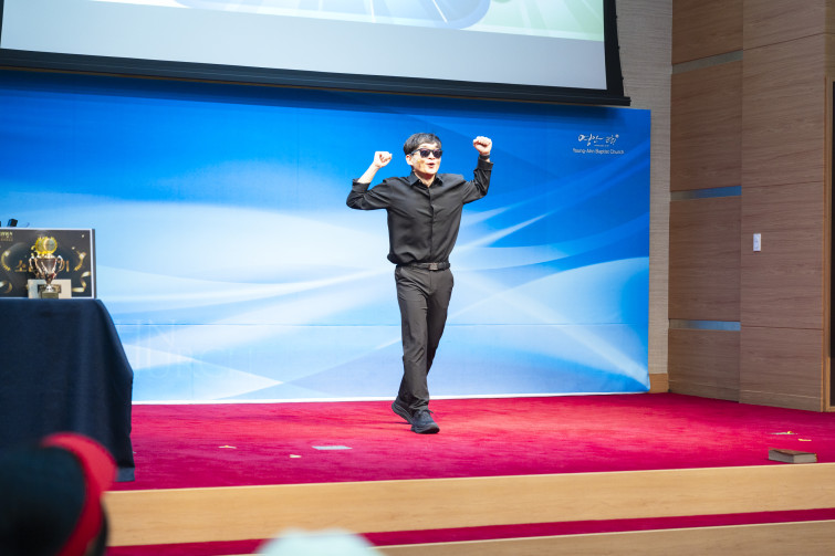 YTo1ODp7czo4OiJGaWxlTmFtZSI7czo0MDoiNWQ5ZWYwZTMtOGM5Yi00MjNlLWI5MmYtNDEzNDQ5MmYyNmM1LmpwZyI7czoxMjoiRmlsZURhdGVUaW1lIjtpOjE3NTg1OTc5ODY7czo4OiJGaWxlU2l6ZSI7aTozMjQwMzg5O3M6ODoiRmlsZVR5cGUiO2k6MjtzOjg6Ik1pbWVUeXBlIjtzOjEwOiJpbWFnZS9qcGVnIjtzOjEzOiJTZWN0aW9uc0ZvdW5kIjtzOjMwOiJBTllfVEFHLCBJRkQwLCBUSFVNQk5BSUwsIEVYSUYiO3M6ODoiQ09NUFVURUQiO2E6OTp7czo0OiJodG1sIjtzOjI2OiJ3aWR0aD0iMjcwOCIgaGVpZ2h0PSIxODA1IiI7czo2OiJIZWlnaHQiO2k6MTgwNTtzOjU6IldpZHRoIjtpOjI3MDg7czo3OiJJc0NvbG9yIjtpOjE7czoxNzoiQnl0ZU9yZGVyTW90b3JvbGEiO2k6MDtzOjE1OiJBcGVydHVyZUZOdW1iZXIiO3M6NToiZi8yLjgiO3M6OToiQ29weXJpZ2h0IjtzOjQ6IllBQkMiO3M6MTg6IlRodW1ibmFpbC5GaWxlVHlwZSI7aToyO3M6MTg6IlRodW1ibmFpbC5NaW1lVHlwZSI7czoxMDoiaW1hZ2UvanBlZyI7fXM6NDoiTWFrZSI7czo0OiJTT05ZIjtzOjU6Ik1vZGVsIjtzOjg6IklMQ0UtN000IjtzOjExOiJYUmVzb2x1dGlvbiI7czo1OiIyNDAvMSI7czoxMToiWVJlc29sdXRpb24iO3M6NToiMjQwLzEiO3M6MTQ6IlJlc29sdXRpb25Vbml0IjtpOjI7czo4OiJTb2Z0d2FyZSI7czo1MjoiQWRvYmUgUGhvdG9zaG9wIExpZ2h0cm9vbSBDbGFzc2ljIDE0LjEuMSAoTWFjaW50b3NoKSI7czo4OiJEYXRlVGltZSI7czoxOToiMjAyNTowOToyMyAxMjoxNjo0NSI7czo2OiJBcnRpc3QiO3M6NzoiWUFCQ19TRyI7czo5OiJDb3B5cmlnaHQiO3M6NDoiWUFCQyI7czoxNjoiRXhpZl9JRkRfUG9pbnRlciI7aToyNTQ7czo5OiJUSFVNQk5BSUwiO2E6Njp7czoxMToiQ29tcHJlc3Npb24iO2k6NjtzOjExOiJYUmVzb2x1dGlvbiI7czo0OiI3Mi8xIjtzOjExOiJZUmVzb2x1dGlvbiI7czo0OiI3Mi8xIjtzOjE0OiJSZXNvbHV0aW9uVW5pdCI7aToyO3M6MjE6IkpQRUdJbnRlcmNoYW5nZUZvcm1hdCI7aToxMDQwO3M6Mjc6IkpQRUdJbnRlcmNoYW5nZUZvcm1hdExlbmd0aCI7aToxMzU1NDt9czoxMjoiRXhwb3N1cmVUaW1lIjtzOjU6IjEvNDAwIjtzOjc6IkZOdW1iZXIiO3M6NToiMjgvMTAiO3M6MTU6IkV4cG9zdXJlUHJvZ3JhbSI7aToxO3M6MTU6IklTT1NwZWVkUmF0aW5ncyI7aTo4MDA7czoxOToiVW5kZWZpbmVkVGFnOjB4ODgzMCI7aToyO3M6MTk6IlVuZGVmaW5lZFRhZzoweDg4MzIiO2k6ODAwO3M6MTE6IkV4aWZWZXJzaW9uIjtzOjQ6IjAyMzIiO3M6MTY6IkRhdGVUaW1lT3JpZ2luYWwiO3M6MTk6IjIwMjU6MDk6MjEgMTM6MzE6MjEiO3M6MTc6IkRhdGVUaW1lRGlnaXRpemVkIjtzOjE5OiIyMDI1OjA5OjIxIDEzOjMxOjIxIjtzOjE5OiJVbmRlZmluZWRUYWc6MHg5MDEwIjtzOjY6IiswOTowMCI7czoxOToiVW5kZWZpbmVkVGFnOjB4OTAxMSI7czo2OiIrMDk6MDAiO3M6MTk6IlVuZGVmaW5lZFRhZzoweDkwMTIiO3M6NjoiKzA5OjAwIjtzOjE3OiJTaHV0dGVyU3BlZWRWYWx1ZSI7czoxNToiODY0Mzg1Ni8xMDAwMDAwIjtzOjEzOiJBcGVydHVyZVZhbHVlIjtzOjE1OiIyOTcwODU0LzEwMDAwMDAiO3M6MTU6IkJyaWdodG5lc3NWYWx1ZSI7czo5OiI5MTM0LzI1NjAiO3M6MTc6IkV4cG9zdXJlQmlhc1ZhbHVlIjtzOjQ6IjAvMTAiO3M6MTY6Ik1heEFwZXJ0dXJlVmFsdWUiO3M6NzoiNzYwLzI1NiI7czoxMjoiTWV0ZXJpbmdNb2RlIjtpOjU7czoxMToiTGlnaHRTb3VyY2UiO2k6MjU1O3M6NToiRmxhc2giO2k6MTY7czoxMToiRm9jYWxMZW5ndGgiO3M6NjoiNzAwLzEwIjtzOjE4OiJTdWJTZWNUaW1lT3JpZ2luYWwiO3M6MzoiMjgwIjtzOjE5OiJTdWJTZWNUaW1lRGlnaXRpemVkIjtzOjM6IjI4MCI7czoxMDoiQ29sb3JTcGFjZSI7aTo2NTUzNTtzOjIxOiJGb2NhbFBsYW5lWFJlc29sdXRpb24iO3M6MTQ6IjY0NDQ5MzM5LzMyNzY4IjtzOjIxOiJGb2NhbFBsYW5lWVJlc29sdXRpb24iO3M6MTQ6IjY0NDQ5MzM5LzMyNzY4IjtzOjI0OiJGb2NhbFBsYW5lUmVzb2x1dGlvblVuaXQiO2k6MztzOjEwOiJGaWxlU291cmNlIjtzOjE6IgMiO3M6OToiU2NlbmVUeXBlIjtzOjE6IgEiO3M6MTQ6IkN1c3RvbVJlbmRlcmVkIjtpOjA7czoxMjoiRXhwb3N1cmVNb2RlIjtpOjE7czoxMjoiV2hpdGVCYWxhbmNlIjtpOjE7czoxNjoiRGlnaXRhbFpvb21SYXRpbyI7czo1OiIxNi8xNiI7czoyMToiRm9jYWxMZW5ndGhJbjM1bW1GaWxtIjtpOjcwO3M6MTY6IlNjZW5lQ2FwdHVyZVR5cGUiO2k6MDtzOjg6IkNvbnRyYXN0IjtpOjA7czoxMDoiU2F0dXJhdGlvbiI7aTowO3M6OToiU2hhcnBuZXNzIjtpOjA7czoxOToiVW5kZWZpbmVkVGFnOjB4QTQzMiI7YTo0OntpOjA7czo2OiIyNDAvMTAiO2k6MTtzOjY6IjcwMC8xMCI7aToyO3M6NToiMjgvMTAiO2k6MztzOjU6IjI4LzEwIjt9czoxOToiVW5kZWZpbmVkVGFnOjB4QTQzNCI7czoyMToiRkUgMjQtNzBtbSBGMi44IEdNIElJIjt9