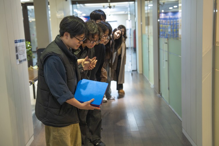 YTo1ODp7czo4OiJGaWxlTmFtZSI7czo0MDoiNWU3N2Y4NDgtZjc3YS00ZjUzLWFlYzEtODEzZDc4MWMwZTgzLmpwZyI7czoxMjoiRmlsZURhdGVUaW1lIjtpOjE3NDIyNTkyNDQ7czo4OiJGaWxlU2l6ZSI7aToxMTYzNjcwO3M6ODoiRmlsZVR5cGUiO2k6MjtzOjg6Ik1pbWVUeXBlIjtzOjEwOiJpbWFnZS9qcGVnIjtzOjEzOiJTZWN0aW9uc0ZvdW5kIjtzOjMwOiJBTllfVEFHLCBJRkQwLCBUSFVNQk5BSUwsIEVYSUYiO3M6ODoiQ09NUFVURUQiO2E6OTp7czo0OiJodG1sIjtzOjI2OiJ3aWR0aD0iMTc1MiIgaGVpZ2h0PSIxMTY4IiI7czo2OiJIZWlnaHQiO2k6MTE2ODtzOjU6IldpZHRoIjtpOjE3NTI7czo3OiJJc0NvbG9yIjtpOjE7czoxNzoiQnl0ZU9yZGVyTW90b3JvbGEiO2k6MDtzOjE1OiJBcGVydHVyZUZOdW1iZXIiO3M6NToiZi8yLjgiO3M6OToiQ29weXJpZ2h0IjtzOjQ6IllBQkMiO3M6MTg6IlRodW1ibmFpbC5GaWxlVHlwZSI7aToyO3M6MTg6IlRodW1ibmFpbC5NaW1lVHlwZSI7czoxMDoiaW1hZ2UvanBlZyI7fXM6NDoiTWFrZSI7czo0OiJTT05ZIjtzOjU6Ik1vZGVsIjtzOjg6IklMQ0UtN000IjtzOjExOiJYUmVzb2x1dGlvbiI7czo1OiIyNDAvMSI7czoxMToiWVJlc29sdXRpb24iO3M6NToiMjQwLzEiO3M6MTQ6IlJlc29sdXRpb25Vbml0IjtpOjI7czo4OiJTb2Z0d2FyZSI7czo1MDoiQWRvYmUgUGhvdG9zaG9wIExpZ2h0cm9vbSBDbGFzc2ljIDE0LjIgKE1hY2ludG9zaCkiO3M6ODoiRGF0ZVRpbWUiO3M6MTk6IjIwMjU6MDM6MTggMDk6NTI6MjIiO3M6NjoiQXJ0aXN0IjtzOjc6IllBQkNfU0ciO3M6OToiQ29weXJpZ2h0IjtzOjQ6IllBQkMiO3M6MTY6IkV4aWZfSUZEX1BvaW50ZXIiO2k6MjUyO3M6OToiVEhVTUJOQUlMIjthOjY6e3M6MTE6IkNvbXByZXNzaW9uIjtpOjY7czoxMToiWFJlc29sdXRpb24iO3M6NDoiNzIvMSI7czoxMToiWVJlc29sdXRpb24iO3M6NDoiNzIvMSI7czoxNDoiUmVzb2x1dGlvblVuaXQiO2k6MjtzOjIxOiJKUEVHSW50ZXJjaGFuZ2VGb3JtYXQiO2k6MTAzODtzOjI3OiJKUEVHSW50ZXJjaGFuZ2VGb3JtYXRMZW5ndGgiO2k6MTM2NjI7fXM6MTI6IkV4cG9zdXJlVGltZSI7czo1OiIxLzEwMCI7czo3OiJGTnVtYmVyIjtzOjU6IjI4LzEwIjtzOjE1OiJFeHBvc3VyZVByb2dyYW0iO2k6MTtzOjE1OiJJU09TcGVlZFJhdGluZ3MiO2k6MTYwO3M6MTk6IlVuZGVmaW5lZFRhZzoweDg4MzAiO2k6MjtzOjE5OiJVbmRlZmluZWRUYWc6MHg4ODMyIjtpOjE2MDtzOjExOiJFeGlmVmVyc2lvbiI7czo0OiIwMjMyIjtzOjE2OiJEYXRlVGltZU9yaWdpbmFsIjtzOjE5OiIyMDI1OjAzOjE2IDE1OjQyOjEwIjtzOjE3OiJEYXRlVGltZURpZ2l0aXplZCI7czoxOToiMjAyNTowMzoxNiAxNTo0MjoxMCI7czoxOToiVW5kZWZpbmVkVGFnOjB4OTAxMCI7czo2OiIrMDk6MDAiO3M6MTk6IlVuZGVmaW5lZFRhZzoweDkwMTEiO3M6NjoiKzA5OjAwIjtzOjE5OiJVbmRlZmluZWRUYWc6MHg5MDEyIjtzOjY6IiswOTowMCI7czoxNzoiU2h1dHRlclNwZWVkVmFsdWUiO3M6MTU6IjY2NDM4NTYvMTAwMDAwMCI7czoxMzoiQXBlcnR1cmVWYWx1ZSI7czoxNToiMjk3MDg1NC8xMDAwMDAwIjtzOjE1OiJCcmlnaHRuZXNzVmFsdWUiO3M6OToiMzUzNC8yNTYwIjtzOjE3OiJFeHBvc3VyZUJpYXNWYWx1ZSI7czo0OiIwLzEwIjtzOjE2OiJNYXhBcGVydHVyZVZhbHVlIjtzOjc6Ijc2MC8yNTYiO3M6MTI6Ik1ldGVyaW5nTW9kZSI7aTo1O3M6MTE6IkxpZ2h0U291cmNlIjtpOjA7czo1OiJGbGFzaCI7aToxMztzOjExOiJGb2NhbExlbmd0aCI7czo2OiI0MzAvMTAiO3M6MTg6IlN1YlNlY1RpbWVPcmlnaW5hbCI7czozOiIxMzYiO3M6MTk6IlN1YlNlY1RpbWVEaWdpdGl6ZWQiO3M6MzoiMTM2IjtzOjEwOiJDb2xvclNwYWNlIjtpOjY1NTM1O3M6MjE6IkZvY2FsUGxhbmVYUmVzb2x1dGlvbiI7czoxNDoiNjQ0NDkzMzkvMzI3NjgiO3M6MjE6IkZvY2FsUGxhbmVZUmVzb2x1dGlvbiI7czoxNDoiNjQ0NDkzMzkvMzI3NjgiO3M6MjQ6IkZvY2FsUGxhbmVSZXNvbHV0aW9uVW5pdCI7aTozO3M6MTA6IkZpbGVTb3VyY2UiO3M6MToiAyI7czo5OiJTY2VuZVR5cGUiO3M6MToiASI7czoxNDoiQ3VzdG9tUmVuZGVyZWQiO2k6MDtzOjEyOiJFeHBvc3VyZU1vZGUiO2k6MTtzOjEyOiJXaGl0ZUJhbGFuY2UiO2k6MDtzOjE2OiJEaWdpdGFsWm9vbVJhdGlvIjtzOjU6IjE2LzE2IjtzOjIxOiJGb2NhbExlbmd0aEluMzVtbUZpbG0iO2k6NDM7czoxNjoiU2NlbmVDYXB0dXJlVHlwZSI7aTowO3M6ODoiQ29udHJhc3QiO2k6MDtzOjEwOiJTYXR1cmF0aW9uIjtpOjA7czo5OiJTaGFycG5lc3MiO2k6MDtzOjE5OiJVbmRlZmluZWRUYWc6MHhBNDMyIjthOjQ6e2k6MDtzOjY6IjI0MC8xMCI7aToxO3M6NjoiNzAwLzEwIjtpOjI7czo1OiIyOC8xMCI7aTozO3M6NToiMjgvMTAiO31zOjE5OiJVbmRlZmluZWRUYWc6MHhBNDM0IjtzOjIxOiJGRSAyNC03MG1tIEYyLjggR00gSUkiO30=