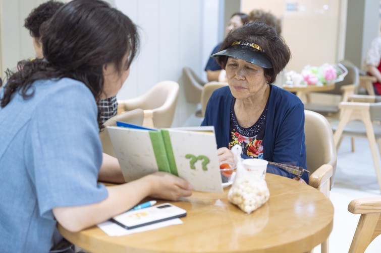 YTo1ODp7czo4OiJGaWxlTmFtZSI7czo0MDoiNWYxZWQ4YWMtM2FlYS00ZTFjLTkwYzQtMTQ1M2U5N2UyMjUzLmpwZyI7czoxMjoiRmlsZURhdGVUaW1lIjtpOjE3NTI3MzkwMDE7czo4OiJGaWxlU2l6ZSI7aToxMTMxMzQxO3M6ODoiRmlsZVR5cGUiO2k6MjtzOjg6Ik1pbWVUeXBlIjtzOjEwOiJpbWFnZS9qcGVnIjtzOjEzOiJTZWN0aW9uc0ZvdW5kIjtzOjMwOiJBTllfVEFHLCBJRkQwLCBUSFVNQk5BSUwsIEVYSUYiO3M6ODoiQ09NUFVURUQiO2E6OTp7czo0OiJodG1sIjtzOjI2OiJ3aWR0aD0iMTc1MiIgaGVpZ2h0PSIxMTY4IiI7czo2OiJIZWlnaHQiO2k6MTE2ODtzOjU6IldpZHRoIjtpOjE3NTI7czo3OiJJc0NvbG9yIjtpOjE7czoxNzoiQnl0ZU9yZGVyTW90b3JvbGEiO2k6MDtzOjE1OiJBcGVydHVyZUZOdW1iZXIiO3M6NToiZi8yLjgiO3M6OToiQ29weXJpZ2h0IjtzOjQ6IllBQkMiO3M6MTg6IlRodW1ibmFpbC5GaWxlVHlwZSI7aToyO3M6MTg6IlRodW1ibmFpbC5NaW1lVHlwZSI7czoxMDoiaW1hZ2UvanBlZyI7fXM6NDoiTWFrZSI7czo0OiJTT05ZIjtzOjU6Ik1vZGVsIjtzOjg6IklMQ0UtN000IjtzOjExOiJYUmVzb2x1dGlvbiI7czo1OiIyNDAvMSI7czoxMToiWVJlc29sdXRpb24iO3M6NToiMjQwLzEiO3M6MTQ6IlJlc29sdXRpb25Vbml0IjtpOjI7czo4OiJTb2Z0d2FyZSI7czo1MDoiQWRvYmUgUGhvdG9zaG9wIExpZ2h0cm9vbSBDbGFzc2ljIDE0LjQgKE1hY2ludG9zaCkiO3M6ODoiRGF0ZVRpbWUiO3M6MTk6IjIwMjU6MDc6MTcgMTY6NTE6NTAiO3M6NjoiQXJ0aXN0IjtzOjc6IllBQkNfU0ciO3M6OToiQ29weXJpZ2h0IjtzOjQ6IllBQkMiO3M6MTY6IkV4aWZfSUZEX1BvaW50ZXIiO2k6MjUyO3M6OToiVEhVTUJOQUlMIjthOjY6e3M6MTE6IkNvbXByZXNzaW9uIjtpOjY7czoxMToiWFJlc29sdXRpb24iO3M6NDoiNzIvMSI7czoxMToiWVJlc29sdXRpb24iO3M6NDoiNzIvMSI7czoxNDoiUmVzb2x1dGlvblVuaXQiO2k6MjtzOjIxOiJKUEVHSW50ZXJjaGFuZ2VGb3JtYXQiO2k6MTAzODtzOjI3OiJKUEVHSW50ZXJjaGFuZ2VGb3JtYXRMZW5ndGgiO2k6MTQ1MDg7fXM6MTI6IkV4cG9zdXJlVGltZSI7czo1OiIxLzIwMCI7czo3OiJGTnVtYmVyIjtzOjU6IjI4LzEwIjtzOjE1OiJFeHBvc3VyZVByb2dyYW0iO2k6MTtzOjE1OiJJU09TcGVlZFJhdGluZ3MiO2k6ODAwO3M6MTk6IlVuZGVmaW5lZFRhZzoweDg4MzAiO2k6MjtzOjE5OiJVbmRlZmluZWRUYWc6MHg4ODMyIjtpOjgwMDtzOjExOiJFeGlmVmVyc2lvbiI7czo0OiIwMjMyIjtzOjE2OiJEYXRlVGltZU9yaWdpbmFsIjtzOjE5OiIyMDI1OjA3OjE3IDEyOjE5OjI0IjtzOjE3OiJEYXRlVGltZURpZ2l0aXplZCI7czoxOToiMjAyNTowNzoxNyAxMjoxOToyNCI7czoxOToiVW5kZWZpbmVkVGFnOjB4OTAxMCI7czo2OiIrMDk6MDAiO3M6MTk6IlVuZGVmaW5lZFRhZzoweDkwMTEiO3M6NjoiKzA5OjAwIjtzOjE5OiJVbmRlZmluZWRUYWc6MHg5MDEyIjtzOjY6IiswOTowMCI7czoxNzoiU2h1dHRlclNwZWVkVmFsdWUiO3M6MTU6Ijc2NDM4NTYvMTAwMDAwMCI7czoxMzoiQXBlcnR1cmVWYWx1ZSI7czoxNToiMjk3MDg1NC8xMDAwMDAwIjtzOjE1OiJCcmlnaHRuZXNzVmFsdWUiO3M6OToiNTg0NC8yNTYwIjtzOjE3OiJFeHBvc3VyZUJpYXNWYWx1ZSI7czo0OiIwLzEwIjtzOjE2OiJNYXhBcGVydHVyZVZhbHVlIjtzOjc6Ijc2MC8yNTYiO3M6MTI6Ik1ldGVyaW5nTW9kZSI7aTo1O3M6MTE6IkxpZ2h0U291cmNlIjtpOjA7czo1OiJGbGFzaCI7aToxNjtzOjExOiJGb2NhbExlbmd0aCI7czo2OiI1MzAvMTAiO3M6MTg6IlN1YlNlY1RpbWVPcmlnaW5hbCI7czozOiI0NTEiO3M6MTk6IlN1YlNlY1RpbWVEaWdpdGl6ZWQiO3M6MzoiNDUxIjtzOjEwOiJDb2xvclNwYWNlIjtpOjY1NTM1O3M6MjE6IkZvY2FsUGxhbmVYUmVzb2x1dGlvbiI7czoxNDoiNjQ0NDkzMzkvMzI3NjgiO3M6MjE6IkZvY2FsUGxhbmVZUmVzb2x1dGlvbiI7czoxNDoiNjQ0NDkzMzkvMzI3NjgiO3M6MjQ6IkZvY2FsUGxhbmVSZXNvbHV0aW9uVW5pdCI7aTozO3M6MTA6IkZpbGVTb3VyY2UiO3M6MToiAyI7czo5OiJTY2VuZVR5cGUiO3M6MToiASI7czoxNDoiQ3VzdG9tUmVuZGVyZWQiO2k6MDtzOjEyOiJFeHBvc3VyZU1vZGUiO2k6MTtzOjEyOiJXaGl0ZUJhbGFuY2UiO2k6MTtzOjE2OiJEaWdpdGFsWm9vbVJhdGlvIjtzOjU6IjE2LzE2IjtzOjIxOiJGb2NhbExlbmd0aEluMzVtbUZpbG0iO2k6NTM7czoxNjoiU2NlbmVDYXB0dXJlVHlwZSI7aTowO3M6ODoiQ29udHJhc3QiO2k6MDtzOjEwOiJTYXR1cmF0aW9uIjtpOjA7czo5OiJTaGFycG5lc3MiO2k6MDtzOjE5OiJVbmRlZmluZWRUYWc6MHhBNDMyIjthOjQ6e2k6MDtzOjY6IjI0MC8xMCI7aToxO3M6NjoiNzAwLzEwIjtpOjI7czo1OiIyOC8xMCI7aTozO3M6NToiMjgvMTAiO31zOjE5OiJVbmRlZmluZWRUYWc6MHhBNDM0IjtzOjIxOiJGRSAyNC03MG1tIEYyLjggR00gSUkiO30=