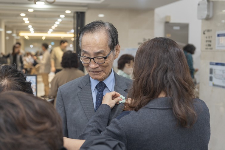 YTo1ODp7czo4OiJGaWxlTmFtZSI7czo0MDoiNWZhYWRmZmItYTI3Ni00YzZlLWEyYTEtYWI0MDA1NjE4MzM5LmpwZyI7czoxMjoiRmlsZURhdGVUaW1lIjtpOjE3NDcwOTY4MjQ7czo4OiJGaWxlU2l6ZSI7aTo5MjMzMjE7czo4OiJGaWxlVHlwZSI7aToyO3M6ODoiTWltZVR5cGUiO3M6MTA6ImltYWdlL2pwZWciO3M6MTM6IlNlY3Rpb25zRm91bmQiO3M6MzA6IkFOWV9UQUcsIElGRDAsIFRIVU1CTkFJTCwgRVhJRiI7czo4OiJDT01QVVRFRCI7YTo5OntzOjQ6Imh0bWwiO3M6MjY6IndpZHRoPSIxNTU5IiBoZWlnaHQ9IjEwMzkiIjtzOjY6IkhlaWdodCI7aToxMDM5O3M6NToiV2lkdGgiO2k6MTU1OTtzOjc6IklzQ29sb3IiO2k6MTtzOjE3OiJCeXRlT3JkZXJNb3Rvcm9sYSI7aTowO3M6MTU6IkFwZXJ0dXJlRk51bWJlciI7czo1OiJmLzIuOCI7czo5OiJDb3B5cmlnaHQiO3M6NDoiWUFCQyI7czoxODoiVGh1bWJuYWlsLkZpbGVUeXBlIjtpOjI7czoxODoiVGh1bWJuYWlsLk1pbWVUeXBlIjtzOjEwOiJpbWFnZS9qcGVnIjt9czo0OiJNYWtlIjtzOjQ6IlNPTlkiO3M6NToiTW9kZWwiO3M6ODoiSUxDRS03TTQiO3M6MTE6IlhSZXNvbHV0aW9uIjtzOjU6IjI0MC8xIjtzOjExOiJZUmVzb2x1dGlvbiI7czo1OiIyNDAvMSI7czoxNDoiUmVzb2x1dGlvblVuaXQiO2k6MjtzOjg6IlNvZnR3YXJlIjtzOjUyOiJBZG9iZSBQaG90b3Nob3AgTGlnaHRyb29tIENsYXNzaWMgMTQuMy4xIChNYWNpbnRvc2gpIjtzOjg6IkRhdGVUaW1lIjtzOjE5OiIyMDI1OjA1OjExIDIxOjIyOjM2IjtzOjY6IkFydGlzdCI7czo3OiJZQUJDX1NHIjtzOjk6IkNvcHlyaWdodCI7czo0OiJZQUJDIjtzOjE2OiJFeGlmX0lGRF9Qb2ludGVyIjtpOjI1NDtzOjk6IlRIVU1CTkFJTCI7YTo2OntzOjExOiJDb21wcmVzc2lvbiI7aTo2O3M6MTE6IlhSZXNvbHV0aW9uIjtzOjQ6IjcyLzEiO3M6MTE6IllSZXNvbHV0aW9uIjtzOjQ6IjcyLzEiO3M6MTQ6IlJlc29sdXRpb25Vbml0IjtpOjI7czoyMToiSlBFR0ludGVyY2hhbmdlRm9ybWF0IjtpOjEwNDA7czoyNzoiSlBFR0ludGVyY2hhbmdlRm9ybWF0TGVuZ3RoIjtpOjEyMzE1O31zOjEyOiJFeHBvc3VyZVRpbWUiO3M6NToiMS8xNjAiO3M6NzoiRk51bWJlciI7czo1OiIyOC8xMCI7czoxNToiRXhwb3N1cmVQcm9ncmFtIjtpOjE7czoxNToiSVNPU3BlZWRSYXRpbmdzIjtpOjUwMDtzOjE5OiJVbmRlZmluZWRUYWc6MHg4ODMwIjtpOjI7czoxOToiVW5kZWZpbmVkVGFnOjB4ODgzMiI7aTo1MDA7czoxMToiRXhpZlZlcnNpb24iO3M6NDoiMDIzMiI7czoxNjoiRGF0ZVRpbWVPcmlnaW5hbCI7czoxOToiMjAyNTowNToxMSAwOToxNjoxMCI7czoxNzoiRGF0ZVRpbWVEaWdpdGl6ZWQiO3M6MTk6IjIwMjU6MDU6MTEgMDk6MTY6MTAiO3M6MTk6IlVuZGVmaW5lZFRhZzoweDkwMTAiO3M6NjoiKzA5OjAwIjtzOjE5OiJVbmRlZmluZWRUYWc6MHg5MDExIjtzOjY6IiswOTowMCI7czoxOToiVW5kZWZpbmVkVGFnOjB4OTAxMiI7czo2OiIrMDk6MDAiO3M6MTc6IlNodXR0ZXJTcGVlZFZhbHVlIjtzOjE1OiI3MzIxOTI4LzEwMDAwMDAiO3M6MTM6IkFwZXJ0dXJlVmFsdWUiO3M6MTU6IjI5NzA4NTQvMTAwMDAwMCI7czoxNToiQnJpZ2h0bmVzc1ZhbHVlIjtzOjk6IjQ1MDQvMjU2MCI7czoxNzoiRXhwb3N1cmVCaWFzVmFsdWUiO3M6NDoiMC8xMCI7czoxNjoiTWF4QXBlcnR1cmVWYWx1ZSI7czo3OiI3NjAvMjU2IjtzOjEyOiJNZXRlcmluZ01vZGUiO2k6NTtzOjExOiJMaWdodFNvdXJjZSI7aTowO3M6NToiRmxhc2giO2k6MTU7czoxMToiRm9jYWxMZW5ndGgiO3M6NjoiNDAwLzEwIjtzOjE4OiJTdWJTZWNUaW1lT3JpZ2luYWwiO3M6MzoiNDMyIjtzOjE5OiJTdWJTZWNUaW1lRGlnaXRpemVkIjtzOjM6IjQzMiI7czoxMDoiQ29sb3JTcGFjZSI7aTo2NTUzNTtzOjIxOiJGb2NhbFBsYW5lWFJlc29sdXRpb24iO3M6MTQ6IjY0NDQ5MzM5LzMyNzY4IjtzOjIxOiJGb2NhbFBsYW5lWVJlc29sdXRpb24iO3M6MTQ6IjY0NDQ5MzM5LzMyNzY4IjtzOjI0OiJGb2NhbFBsYW5lUmVzb2x1dGlvblVuaXQiO2k6MztzOjEwOiJGaWxlU291cmNlIjtzOjE6IgMiO3M6OToiU2NlbmVUeXBlIjtzOjE6IgEiO3M6MTQ6IkN1c3RvbVJlbmRlcmVkIjtpOjA7czoxMjoiRXhwb3N1cmVNb2RlIjtpOjE7czoxMjoiV2hpdGVCYWxhbmNlIjtpOjA7czoxNjoiRGlnaXRhbFpvb21SYXRpbyI7czo1OiIxNi8xNiI7czoyMToiRm9jYWxMZW5ndGhJbjM1bW1GaWxtIjtpOjQwO3M6MTY6IlNjZW5lQ2FwdHVyZVR5cGUiO2k6MDtzOjg6IkNvbnRyYXN0IjtpOjA7czoxMDoiU2F0dXJhdGlvbiI7aTowO3M6OToiU2hhcnBuZXNzIjtpOjA7czoxOToiVW5kZWZpbmVkVGFnOjB4QTQzMiI7YTo0OntpOjA7czo2OiIyNDAvMTAiO2k6MTtzOjY6IjcwMC8xMCI7aToyO3M6NToiMjgvMTAiO2k6MztzOjU6IjI4LzEwIjt9czoxOToiVW5kZWZpbmVkVGFnOjB4QTQzNCI7czoyMToiRkUgMjQtNzBtbSBGMi44IEdNIElJIjt9