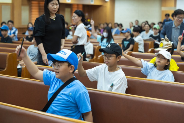 YTo1ODp7czo4OiJGaWxlTmFtZSI7czo0MDoiNWZlMzUyODctYmQzNi00ODgyLTkwNzMtY2Y4NDJmYzc5MTc4LmpwZyI7czoxMjoiRmlsZURhdGVUaW1lIjtpOjE3NTg1OTc5OTI7czo4OiJGaWxlU2l6ZSI7aToyODcyMTg1O3M6ODoiRmlsZVR5cGUiO2k6MjtzOjg6Ik1pbWVUeXBlIjtzOjEwOiJpbWFnZS9qcGVnIjtzOjEzOiJTZWN0aW9uc0ZvdW5kIjtzOjMwOiJBTllfVEFHLCBJRkQwLCBUSFVNQk5BSUwsIEVYSUYiO3M6ODoiQ09NUFVURUQiO2E6OTp7czo0OiJodG1sIjtzOjI2OiJ3aWR0aD0iMjcwOCIgaGVpZ2h0PSIxODA1IiI7czo2OiJIZWlnaHQiO2k6MTgwNTtzOjU6IldpZHRoIjtpOjI3MDg7czo3OiJJc0NvbG9yIjtpOjE7czoxNzoiQnl0ZU9yZGVyTW90b3JvbGEiO2k6MDtzOjE1OiJBcGVydHVyZUZOdW1iZXIiO3M6NToiZi8yLjgiO3M6OToiQ29weXJpZ2h0IjtzOjQ6IllBQkMiO3M6MTg6IlRodW1ibmFpbC5GaWxlVHlwZSI7aToyO3M6MTg6IlRodW1ibmFpbC5NaW1lVHlwZSI7czoxMDoiaW1hZ2UvanBlZyI7fXM6NDoiTWFrZSI7czo0OiJTT05ZIjtzOjU6Ik1vZGVsIjtzOjg6IklMQ0UtN000IjtzOjExOiJYUmVzb2x1dGlvbiI7czo1OiIyNDAvMSI7czoxMToiWVJlc29sdXRpb24iO3M6NToiMjQwLzEiO3M6MTQ6IlJlc29sdXRpb25Vbml0IjtpOjI7czo4OiJTb2Z0d2FyZSI7czo1MjoiQWRvYmUgUGhvdG9zaG9wIExpZ2h0cm9vbSBDbGFzc2ljIDE0LjEuMSAoTWFjaW50b3NoKSI7czo4OiJEYXRlVGltZSI7czoxOToiMjAyNTowOToyMyAxMjoxNjo0OCI7czo2OiJBcnRpc3QiO3M6NzoiWUFCQ19TRyI7czo5OiJDb3B5cmlnaHQiO3M6NDoiWUFCQyI7czoxNjoiRXhpZl9JRkRfUG9pbnRlciI7aToyNTQ7czo5OiJUSFVNQk5BSUwiO2E6Njp7czoxMToiQ29tcHJlc3Npb24iO2k6NjtzOjExOiJYUmVzb2x1dGlvbiI7czo0OiI3Mi8xIjtzOjExOiJZUmVzb2x1dGlvbiI7czo0OiI3Mi8xIjtzOjE0OiJSZXNvbHV0aW9uVW5pdCI7aToyO3M6MjE6IkpQRUdJbnRlcmNoYW5nZUZvcm1hdCI7aToxMDQwO3M6Mjc6IkpQRUdJbnRlcmNoYW5nZUZvcm1hdExlbmd0aCI7aToxOTQ3NTt9czoxMjoiRXhwb3N1cmVUaW1lIjtzOjU6IjEvMTYwIjtzOjc6IkZOdW1iZXIiO3M6NToiMjgvMTAiO3M6MTU6IkV4cG9zdXJlUHJvZ3JhbSI7aToxO3M6MTU6IklTT1NwZWVkUmF0aW5ncyI7aTo0MDA7czoxOToiVW5kZWZpbmVkVGFnOjB4ODgzMCI7aToyO3M6MTk6IlVuZGVmaW5lZFRhZzoweDg4MzIiO2k6NDAwO3M6MTE6IkV4aWZWZXJzaW9uIjtzOjQ6IjAyMzIiO3M6MTY6IkRhdGVUaW1lT3JpZ2luYWwiO3M6MTk6IjIwMjU6MDk6MjEgMTM6MzI6NTMiO3M6MTc6IkRhdGVUaW1lRGlnaXRpemVkIjtzOjE5OiIyMDI1OjA5OjIxIDEzOjMyOjUzIjtzOjE5OiJVbmRlZmluZWRUYWc6MHg5MDEwIjtzOjY6IiswOTowMCI7czoxOToiVW5kZWZpbmVkVGFnOjB4OTAxMSI7czo2OiIrMDk6MDAiO3M6MTk6IlVuZGVmaW5lZFRhZzoweDkwMTIiO3M6NjoiKzA5OjAwIjtzOjE3OiJTaHV0dGVyU3BlZWRWYWx1ZSI7czoxNToiNzMyMTkyOC8xMDAwMDAwIjtzOjEzOiJBcGVydHVyZVZhbHVlIjtzOjE1OiIyOTcwODU0LzEwMDAwMDAiO3M6MTU6IkJyaWdodG5lc3NWYWx1ZSI7czo5OiI1NDM0LzI1NjAiO3M6MTc6IkV4cG9zdXJlQmlhc1ZhbHVlIjtzOjQ6IjAvMTAiO3M6MTY6Ik1heEFwZXJ0dXJlVmFsdWUiO3M6NzoiNzYwLzI1NiI7czoxMjoiTWV0ZXJpbmdNb2RlIjtpOjU7czoxMToiTGlnaHRTb3VyY2UiO2k6MjU1O3M6NToiRmxhc2giO2k6MTY7czoxMToiRm9jYWxMZW5ndGgiO3M6NjoiNzAwLzEwIjtzOjE4OiJTdWJTZWNUaW1lT3JpZ2luYWwiO3M6MzoiMTI3IjtzOjE5OiJTdWJTZWNUaW1lRGlnaXRpemVkIjtzOjM6IjEyNyI7czoxMDoiQ29sb3JTcGFjZSI7aTo2NTUzNTtzOjIxOiJGb2NhbFBsYW5lWFJlc29sdXRpb24iO3M6MTQ6IjY0NDQ5MzM5LzMyNzY4IjtzOjIxOiJGb2NhbFBsYW5lWVJlc29sdXRpb24iO3M6MTQ6IjY0NDQ5MzM5LzMyNzY4IjtzOjI0OiJGb2NhbFBsYW5lUmVzb2x1dGlvblVuaXQiO2k6MztzOjEwOiJGaWxlU291cmNlIjtzOjE6IgMiO3M6OToiU2NlbmVUeXBlIjtzOjE6IgEiO3M6MTQ6IkN1c3RvbVJlbmRlcmVkIjtpOjA7czoxMjoiRXhwb3N1cmVNb2RlIjtpOjE7czoxMjoiV2hpdGVCYWxhbmNlIjtpOjE7czoxNjoiRGlnaXRhbFpvb21SYXRpbyI7czo1OiIxNi8xNiI7czoyMToiRm9jYWxMZW5ndGhJbjM1bW1GaWxtIjtpOjcwO3M6MTY6IlNjZW5lQ2FwdHVyZVR5cGUiO2k6MDtzOjg6IkNvbnRyYXN0IjtpOjA7czoxMDoiU2F0dXJhdGlvbiI7aTowO3M6OToiU2hhcnBuZXNzIjtpOjA7czoxOToiVW5kZWZpbmVkVGFnOjB4QTQzMiI7YTo0OntpOjA7czo2OiIyNDAvMTAiO2k6MTtzOjY6IjcwMC8xMCI7aToyO3M6NToiMjgvMTAiO2k6MztzOjU6IjI4LzEwIjt9czoxOToiVW5kZWZpbmVkVGFnOjB4QTQzNCI7czoyMToiRkUgMjQtNzBtbSBGMi44IEdNIElJIjt9