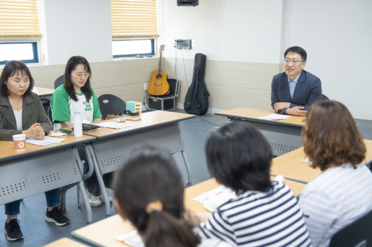 YTo1ODp7czo4OiJGaWxlTmFtZSI7czo0MDoiNWZmZDllM2EtOTNiNy00Njk3LWFjMGEtMWVkNDk1ODllODNmLmpwZyI7czoxMjoiRmlsZURhdGVUaW1lIjtpOjE3NDkzNjkwODU7czo4OiJGaWxlU2l6ZSI7aToxMjcyMjc5O3M6ODoiRmlsZVR5cGUiO2k6MjtzOjg6Ik1pbWVUeXBlIjtzOjEwOiJpbWFnZS9qcGVnIjtzOjEzOiJTZWN0aW9uc0ZvdW5kIjtzOjMwOiJBTllfVEFHLCBJRkQwLCBUSFVNQk5BSUwsIEVYSUYiO3M6ODoiQ09NUFVURUQiO2E6OTp7czo0OiJodG1sIjtzOjI2OiJ3aWR0aD0iMTc1MiIgaGVpZ2h0PSIxMTY4IiI7czo2OiJIZWlnaHQiO2k6MTE2ODtzOjU6IldpZHRoIjtpOjE3NTI7czo3OiJJc0NvbG9yIjtpOjE7czoxNzoiQnl0ZU9yZGVyTW90b3JvbGEiO2k6MDtzOjE1OiJBcGVydHVyZUZOdW1iZXIiO3M6NToiZi8yLjgiO3M6OToiQ29weXJpZ2h0IjtzOjQ6IllBQkMiO3M6MTg6IlRodW1ibmFpbC5GaWxlVHlwZSI7aToyO3M6MTg6IlRodW1ibmFpbC5NaW1lVHlwZSI7czoxMDoiaW1hZ2UvanBlZyI7fXM6NDoiTWFrZSI7czo0OiJTT05ZIjtzOjU6Ik1vZGVsIjtzOjg6IklMQ0UtN000IjtzOjExOiJYUmVzb2x1dGlvbiI7czo1OiIyNDAvMSI7czoxMToiWVJlc29sdXRpb24iO3M6NToiMjQwLzEiO3M6MTQ6IlJlc29sdXRpb25Vbml0IjtpOjI7czo4OiJTb2Z0d2FyZSI7czo1MjoiQWRvYmUgUGhvdG9zaG9wIExpZ2h0cm9vbSBDbGFzc2ljIDE0LjMuMSAoTWFjaW50b3NoKSI7czo4OiJEYXRlVGltZSI7czoxOToiMjAyNTowNjowOCAxNjoyMzowOSI7czo2OiJBcnRpc3QiO3M6NzoiWUFCQ19TRyI7czo5OiJDb3B5cmlnaHQiO3M6NDoiWUFCQyI7czoxNjoiRXhpZl9JRkRfUG9pbnRlciI7aToyNTQ7czo5OiJUSFVNQk5BSUwiO2E6Njp7czoxMToiQ29tcHJlc3Npb24iO2k6NjtzOjExOiJYUmVzb2x1dGlvbiI7czo0OiI3Mi8xIjtzOjExOiJZUmVzb2x1dGlvbiI7czo0OiI3Mi8xIjtzOjE0OiJSZXNvbHV0aW9uVW5pdCI7aToyO3M6MjE6IkpQRUdJbnRlcmNoYW5nZUZvcm1hdCI7aToxMDQwO3M6Mjc6IkpQRUdJbnRlcmNoYW5nZUZvcm1hdExlbmd0aCI7aToxNTExODt9czoxMjoiRXhwb3N1cmVUaW1lIjtzOjQ6IjEvNjAiO3M6NzoiRk51bWJlciI7czo1OiIyOC8xMCI7czoxNToiRXhwb3N1cmVQcm9ncmFtIjtpOjE7czoxNToiSVNPU3BlZWRSYXRpbmdzIjtpOjQwMDtzOjE5OiJVbmRlZmluZWRUYWc6MHg4ODMwIjtpOjI7czoxOToiVW5kZWZpbmVkVGFnOjB4ODgzMiI7aTo0MDA7czoxMToiRXhpZlZlcnNpb24iO3M6NDoiMDIzMiI7czoxNjoiRGF0ZVRpbWVPcmlnaW5hbCI7czoxOToiMjAyNTowNjowNCAxMjoxMDo0OSI7czoxNzoiRGF0ZVRpbWVEaWdpdGl6ZWQiO3M6MTk6IjIwMjU6MDY6MDQgMTI6MTA6NDkiO3M6MTk6IlVuZGVmaW5lZFRhZzoweDkwMTAiO3M6NjoiKzA5OjAwIjtzOjE5OiJVbmRlZmluZWRUYWc6MHg5MDExIjtzOjY6IiswOTowMCI7czoxOToiVW5kZWZpbmVkVGFnOjB4OTAxMiI7czo2OiIrMDk6MDAiO3M6MTc6IlNodXR0ZXJTcGVlZFZhbHVlIjtzOjE1OiI1OTA2ODkxLzEwMDAwMDAiO3M6MTM6IkFwZXJ0dXJlVmFsdWUiO3M6MTU6IjI5NzA4NTQvMTAwMDAwMCI7czoxNToiQnJpZ2h0bmVzc1ZhbHVlIjtzOjk6Ijg4MjQvMjU2MCI7czoxNzoiRXhwb3N1cmVCaWFzVmFsdWUiO3M6NDoiMC8xMCI7czoxNjoiTWF4QXBlcnR1cmVWYWx1ZSI7czo3OiI3NjAvMjU2IjtzOjEyOiJNZXRlcmluZ01vZGUiO2k6NTtzOjExOiJMaWdodFNvdXJjZSI7aTowO3M6NToiRmxhc2giO2k6MTM7czoxMToiRm9jYWxMZW5ndGgiO3M6NjoiNDgwLzEwIjtzOjE4OiJTdWJTZWNUaW1lT3JpZ2luYWwiO3M6MzoiOTgwIjtzOjE5OiJTdWJTZWNUaW1lRGlnaXRpemVkIjtzOjM6Ijk4MCI7czoxMDoiQ29sb3JTcGFjZSI7aTo2NTUzNTtzOjIxOiJGb2NhbFBsYW5lWFJlc29sdXRpb24iO3M6MTQ6IjY0NDQ5MzM5LzMyNzY4IjtzOjIxOiJGb2NhbFBsYW5lWVJlc29sdXRpb24iO3M6MTQ6IjY0NDQ5MzM5LzMyNzY4IjtzOjI0OiJGb2NhbFBsYW5lUmVzb2x1dGlvblVuaXQiO2k6MztzOjEwOiJGaWxlU291cmNlIjtzOjE6IgMiO3M6OToiU2NlbmVUeXBlIjtzOjE6IgEiO3M6MTQ6IkN1c3RvbVJlbmRlcmVkIjtpOjA7czoxMjoiRXhwb3N1cmVNb2RlIjtpOjE7czoxMjoiV2hpdGVCYWxhbmNlIjtpOjE7czoxNjoiRGlnaXRhbFpvb21SYXRpbyI7czo1OiIxNi8xNiI7czoyMToiRm9jYWxMZW5ndGhJbjM1bW1GaWxtIjtpOjQ4O3M6MTY6IlNjZW5lQ2FwdHVyZVR5cGUiO2k6MDtzOjg6IkNvbnRyYXN0IjtpOjA7czoxMDoiU2F0dXJhdGlvbiI7aTowO3M6OToiU2hhcnBuZXNzIjtpOjA7czoxOToiVW5kZWZpbmVkVGFnOjB4QTQzMiI7YTo0OntpOjA7czo2OiIyNDAvMTAiO2k6MTtzOjY6IjcwMC8xMCI7aToyO3M6NToiMjgvMTAiO2k6MztzOjU6IjI4LzEwIjt9czoxOToiVW5kZWZpbmVkVGFnOjB4QTQzNCI7czoyMToiRkUgMjQtNzBtbSBGMi44IEdNIElJIjt9