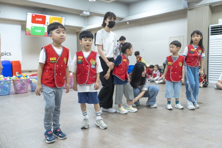 YTo1ODp7czo4OiJGaWxlTmFtZSI7czo0MDoiNjAxNDEzNjEtODBhZC00NTQ2LThkYWEtYzRhMGUwOGM4YzA3LmpwZyI7czoxMjoiRmlsZURhdGVUaW1lIjtpOjE3NTA0ODMyMjk7czo4OiJGaWxlU2l6ZSI7aToxNTU4MjM1O3M6ODoiRmlsZVR5cGUiO2k6MjtzOjg6Ik1pbWVUeXBlIjtzOjEwOiJpbWFnZS9qcGVnIjtzOjEzOiJTZWN0aW9uc0ZvdW5kIjtzOjMwOiJBTllfVEFHLCBJRkQwLCBUSFVNQk5BSUwsIEVYSUYiO3M6ODoiQ09NUFVURUQiO2E6OTp7czo0OiJodG1sIjtzOjI2OiJ3aWR0aD0iMTc1MiIgaGVpZ2h0PSIxMTY4IiI7czo2OiJIZWlnaHQiO2k6MTE2ODtzOjU6IldpZHRoIjtpOjE3NTI7czo3OiJJc0NvbG9yIjtpOjE7czoxNzoiQnl0ZU9yZGVyTW90b3JvbGEiO2k6MDtzOjE1OiJBcGVydHVyZUZOdW1iZXIiO3M6NToiZi8yLjgiO3M6OToiQ29weXJpZ2h0IjtzOjQ6IllBQkMiO3M6MTg6IlRodW1ibmFpbC5GaWxlVHlwZSI7aToyO3M6MTg6IlRodW1ibmFpbC5NaW1lVHlwZSI7czoxMDoiaW1hZ2UvanBlZyI7fXM6NDoiTWFrZSI7czo0OiJTT05ZIjtzOjU6Ik1vZGVsIjtzOjg6IklMQ0UtN000IjtzOjExOiJYUmVzb2x1dGlvbiI7czo1OiIyNDAvMSI7czoxMToiWVJlc29sdXRpb24iO3M6NToiMjQwLzEiO3M6MTQ6IlJlc29sdXRpb25Vbml0IjtpOjI7czo4OiJTb2Z0d2FyZSI7czo1MjoiQWRvYmUgUGhvdG9zaG9wIExpZ2h0cm9vbSBDbGFzc2ljIDE0LjMuMSAoTWFjaW50b3NoKSI7czo4OiJEYXRlVGltZSI7czoxOToiMjAyNTowNjoyMSAxNDoxNDoyNiI7czo2OiJBcnRpc3QiO3M6NzoiWUFCQ19TRyI7czo5OiJDb3B5cmlnaHQiO3M6NDoiWUFCQyI7czoxNjoiRXhpZl9JRkRfUG9pbnRlciI7aToyNTQ7czo5OiJUSFVNQk5BSUwiO2E6Njp7czoxMToiQ29tcHJlc3Npb24iO2k6NjtzOjExOiJYUmVzb2x1dGlvbiI7czo0OiI3Mi8xIjtzOjExOiJZUmVzb2x1dGlvbiI7czo0OiI3Mi8xIjtzOjE0OiJSZXNvbHV0aW9uVW5pdCI7aToyO3M6MjE6IkpQRUdJbnRlcmNoYW5nZUZvcm1hdCI7aToxMDQwO3M6Mjc6IkpQRUdJbnRlcmNoYW5nZUZvcm1hdExlbmd0aCI7aToxNzAyODt9czoxMjoiRXhwb3N1cmVUaW1lIjtzOjQ6IjEvNjAiO3M6NzoiRk51bWJlciI7czo1OiIyOC8xMCI7czoxNToiRXhwb3N1cmVQcm9ncmFtIjtpOjE7czoxNToiSVNPU3BlZWRSYXRpbmdzIjtpOjI1MDtzOjE5OiJVbmRlZmluZWRUYWc6MHg4ODMwIjtpOjI7czoxOToiVW5kZWZpbmVkVGFnOjB4ODgzMiI7aToyNTA7czoxMToiRXhpZlZlcnNpb24iO3M6NDoiMDIzMiI7czoxNjoiRGF0ZVRpbWVPcmlnaW5hbCI7czoxOToiMjAyNTowNjoyMSAxMDoyNDoxNCI7czoxNzoiRGF0ZVRpbWVEaWdpdGl6ZWQiO3M6MTk6IjIwMjU6MDY6MjEgMTA6MjQ6MTQiO3M6MTk6IlVuZGVmaW5lZFRhZzoweDkwMTAiO3M6NjoiKzA5OjAwIjtzOjE5OiJVbmRlZmluZWRUYWc6MHg5MDExIjtzOjY6IiswOTowMCI7czoxOToiVW5kZWZpbmVkVGFnOjB4OTAxMiI7czo2OiIrMDk6MDAiO3M6MTc6IlNodXR0ZXJTcGVlZFZhbHVlIjtzOjE1OiI1OTA2ODkxLzEwMDAwMDAiO3M6MTM6IkFwZXJ0dXJlVmFsdWUiO3M6MTU6IjI5NzA4NTQvMTAwMDAwMCI7czoxNToiQnJpZ2h0bmVzc1ZhbHVlIjtzOjk6IjczNDQvMjU2MCI7czoxNzoiRXhwb3N1cmVCaWFzVmFsdWUiO3M6NDoiMC8xMCI7czoxNjoiTWF4QXBlcnR1cmVWYWx1ZSI7czo3OiI3NjAvMjU2IjtzOjEyOiJNZXRlcmluZ01vZGUiO2k6NTtzOjExOiJMaWdodFNvdXJjZSI7aTowO3M6NToiRmxhc2giO2k6MTM7czoxMToiRm9jYWxMZW5ndGgiO3M6NjoiMzEwLzEwIjtzOjE4OiJTdWJTZWNUaW1lT3JpZ2luYWwiO3M6MzoiNzUyIjtzOjE5OiJTdWJTZWNUaW1lRGlnaXRpemVkIjtzOjM6Ijc1MiI7czoxMDoiQ29sb3JTcGFjZSI7aTo2NTUzNTtzOjIxOiJGb2NhbFBsYW5lWFJlc29sdXRpb24iO3M6MTQ6IjY0NDQ5MzM5LzMyNzY4IjtzOjIxOiJGb2NhbFBsYW5lWVJlc29sdXRpb24iO3M6MTQ6IjY0NDQ5MzM5LzMyNzY4IjtzOjI0OiJGb2NhbFBsYW5lUmVzb2x1dGlvblVuaXQiO2k6MztzOjEwOiJGaWxlU291cmNlIjtzOjE6IgMiO3M6OToiU2NlbmVUeXBlIjtzOjE6IgEiO3M6MTQ6IkN1c3RvbVJlbmRlcmVkIjtpOjA7czoxMjoiRXhwb3N1cmVNb2RlIjtpOjE7czoxMjoiV2hpdGVCYWxhbmNlIjtpOjE7czoxNjoiRGlnaXRhbFpvb21SYXRpbyI7czo1OiIxNi8xNiI7czoyMToiRm9jYWxMZW5ndGhJbjM1bW1GaWxtIjtpOjMxO3M6MTY6IlNjZW5lQ2FwdHVyZVR5cGUiO2k6MDtzOjg6IkNvbnRyYXN0IjtpOjA7czoxMDoiU2F0dXJhdGlvbiI7aTowO3M6OToiU2hhcnBuZXNzIjtpOjA7czoxOToiVW5kZWZpbmVkVGFnOjB4QTQzMiI7YTo0OntpOjA7czo2OiIyNDAvMTAiO2k6MTtzOjY6IjcwMC8xMCI7aToyO3M6NToiMjgvMTAiO2k6MztzOjU6IjI4LzEwIjt9czoxOToiVW5kZWZpbmVkVGFnOjB4QTQzNCI7czoyMToiRkUgMjQtNzBtbSBGMi44IEdNIElJIjt9