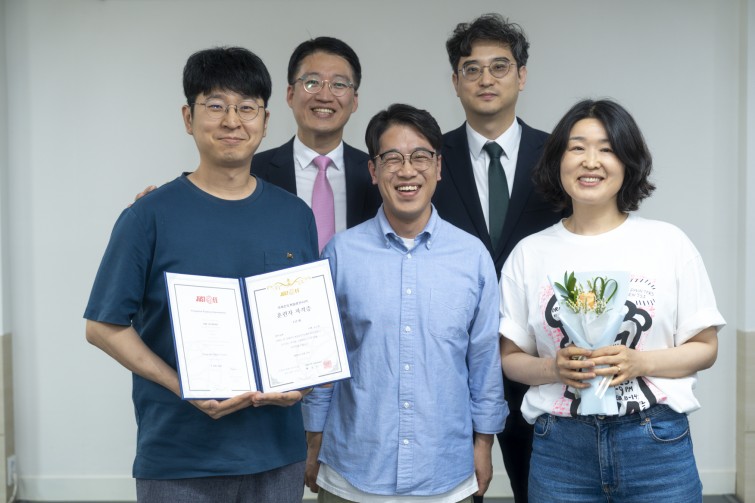 YTo1ODp7czo4OiJGaWxlTmFtZSI7czo0MDoiNjBmNzVjZGQtMDgzNi00ODgzLThkYjUtOGIwYzgwZjY2OGRkLmpwZyI7czoxMjoiRmlsZURhdGVUaW1lIjtpOjE3NDkzNjkwOTg7czo4OiJGaWxlU2l6ZSI7aToxNDI0MjI2O3M6ODoiRmlsZVR5cGUiO2k6MjtzOjg6Ik1pbWVUeXBlIjtzOjEwOiJpbWFnZS9qcGVnIjtzOjEzOiJTZWN0aW9uc0ZvdW5kIjtzOjMwOiJBTllfVEFHLCBJRkQwLCBUSFVNQk5BSUwsIEVYSUYiO3M6ODoiQ09NUFVURUQiO2E6OTp7czo0OiJodG1sIjtzOjI2OiJ3aWR0aD0iMTc1MiIgaGVpZ2h0PSIxMTY4IiI7czo2OiJIZWlnaHQiO2k6MTE2ODtzOjU6IldpZHRoIjtpOjE3NTI7czo3OiJJc0NvbG9yIjtpOjE7czoxNzoiQnl0ZU9yZGVyTW90b3JvbGEiO2k6MDtzOjE1OiJBcGVydHVyZUZOdW1iZXIiO3M6NToiZi8yLjgiO3M6OToiQ29weXJpZ2h0IjtzOjQ6IllBQkMiO3M6MTg6IlRodW1ibmFpbC5GaWxlVHlwZSI7aToyO3M6MTg6IlRodW1ibmFpbC5NaW1lVHlwZSI7czoxMDoiaW1hZ2UvanBlZyI7fXM6NDoiTWFrZSI7czo0OiJTT05ZIjtzOjU6Ik1vZGVsIjtzOjg6IklMQ0UtN000IjtzOjExOiJYUmVzb2x1dGlvbiI7czo1OiIyNDAvMSI7czoxMToiWVJlc29sdXRpb24iO3M6NToiMjQwLzEiO3M6MTQ6IlJlc29sdXRpb25Vbml0IjtpOjI7czo4OiJTb2Z0d2FyZSI7czo1MjoiQWRvYmUgUGhvdG9zaG9wIExpZ2h0cm9vbSBDbGFzc2ljIDE0LjMuMSAoTWFjaW50b3NoKSI7czo4OiJEYXRlVGltZSI7czoxOToiMjAyNTowNjowOCAxNjoyMzozNCI7czo2OiJBcnRpc3QiO3M6NzoiWUFCQ19TRyI7czo5OiJDb3B5cmlnaHQiO3M6NDoiWUFCQyI7czoxNjoiRXhpZl9JRkRfUG9pbnRlciI7aToyNTQ7czo5OiJUSFVNQk5BSUwiO2E6Njp7czoxMToiQ29tcHJlc3Npb24iO2k6NjtzOjExOiJYUmVzb2x1dGlvbiI7czo0OiI3Mi8xIjtzOjExOiJZUmVzb2x1dGlvbiI7czo0OiI3Mi8xIjtzOjE0OiJSZXNvbHV0aW9uVW5pdCI7aToyO3M6MjE6IkpQRUdJbnRlcmNoYW5nZUZvcm1hdCI7aToxMDQwO3M6Mjc6IkpQRUdJbnRlcmNoYW5nZUZvcm1hdExlbmd0aCI7aToxMzk2MDt9czoxMjoiRXhwb3N1cmVUaW1lIjtzOjQ6IjEvNjAiO3M6NzoiRk51bWJlciI7czo1OiIyOC8xMCI7czoxNToiRXhwb3N1cmVQcm9ncmFtIjtpOjE7czoxNToiSVNPU3BlZWRSYXRpbmdzIjtpOjEyNTtzOjE5OiJVbmRlZmluZWRUYWc6MHg4ODMwIjtpOjI7czoxOToiVW5kZWZpbmVkVGFnOjB4ODgzMiI7aToxMjU7czoxMToiRXhpZlZlcnNpb24iO3M6NDoiMDIzMiI7czoxNjoiRGF0ZVRpbWVPcmlnaW5hbCI7czoxOToiMjAyNTowNjowOCAxNTo0MToxNSI7czoxNzoiRGF0ZVRpbWVEaWdpdGl6ZWQiO3M6MTk6IjIwMjU6MDY6MDggMTU6NDE6MTUiO3M6MTk6IlVuZGVmaW5lZFRhZzoweDkwMTAiO3M6NjoiKzA5OjAwIjtzOjE5OiJVbmRlZmluZWRUYWc6MHg5MDExIjtzOjY6IiswOTowMCI7czoxOToiVW5kZWZpbmVkVGFnOjB4OTAxMiI7czo2OiIrMDk6MDAiO3M6MTc6IlNodXR0ZXJTcGVlZFZhbHVlIjtzOjE1OiI1OTA2ODkxLzEwMDAwMDAiO3M6MTM6IkFwZXJ0dXJlVmFsdWUiO3M6MTU6IjI5NzA4NTQvMTAwMDAwMCI7czoxNToiQnJpZ2h0bmVzc1ZhbHVlIjtzOjk6Ijg5NDQvMjU2MCI7czoxNzoiRXhwb3N1cmVCaWFzVmFsdWUiO3M6NDoiMC8xMCI7czoxNjoiTWF4QXBlcnR1cmVWYWx1ZSI7czo3OiI3NjAvMjU2IjtzOjEyOiJNZXRlcmluZ01vZGUiO2k6NTtzOjExOiJMaWdodFNvdXJjZSI7aTowO3M6NToiRmxhc2giO2k6MTM7czoxMToiRm9jYWxMZW5ndGgiO3M6NjoiNTAwLzEwIjtzOjE4OiJTdWJTZWNUaW1lT3JpZ2luYWwiO3M6MzoiOTIyIjtzOjE5OiJTdWJTZWNUaW1lRGlnaXRpemVkIjtzOjM6IjkyMiI7czoxMDoiQ29sb3JTcGFjZSI7aTo2NTUzNTtzOjIxOiJGb2NhbFBsYW5lWFJlc29sdXRpb24iO3M6MTQ6IjY0NDQ5MzM5LzMyNzY4IjtzOjIxOiJGb2NhbFBsYW5lWVJlc29sdXRpb24iO3M6MTQ6IjY0NDQ5MzM5LzMyNzY4IjtzOjI0OiJGb2NhbFBsYW5lUmVzb2x1dGlvblVuaXQiO2k6MztzOjEwOiJGaWxlU291cmNlIjtzOjE6IgMiO3M6OToiU2NlbmVUeXBlIjtzOjE6IgEiO3M6MTQ6IkN1c3RvbVJlbmRlcmVkIjtpOjA7czoxMjoiRXhwb3N1cmVNb2RlIjtpOjE7czoxMjoiV2hpdGVCYWxhbmNlIjtpOjE7czoxNjoiRGlnaXRhbFpvb21SYXRpbyI7czo1OiIxNi8xNiI7czoyMToiRm9jYWxMZW5ndGhJbjM1bW1GaWxtIjtpOjUwO3M6MTY6IlNjZW5lQ2FwdHVyZVR5cGUiO2k6MDtzOjg6IkNvbnRyYXN0IjtpOjA7czoxMDoiU2F0dXJhdGlvbiI7aTowO3M6OToiU2hhcnBuZXNzIjtpOjA7czoxOToiVW5kZWZpbmVkVGFnOjB4QTQzMiI7YTo0OntpOjA7czo2OiIyNDAvMTAiO2k6MTtzOjY6IjcwMC8xMCI7aToyO3M6NToiMjgvMTAiO2k6MztzOjU6IjI4LzEwIjt9czoxOToiVW5kZWZpbmVkVGFnOjB4QTQzNCI7czoyMToiRkUgMjQtNzBtbSBGMi44IEdNIElJIjt9