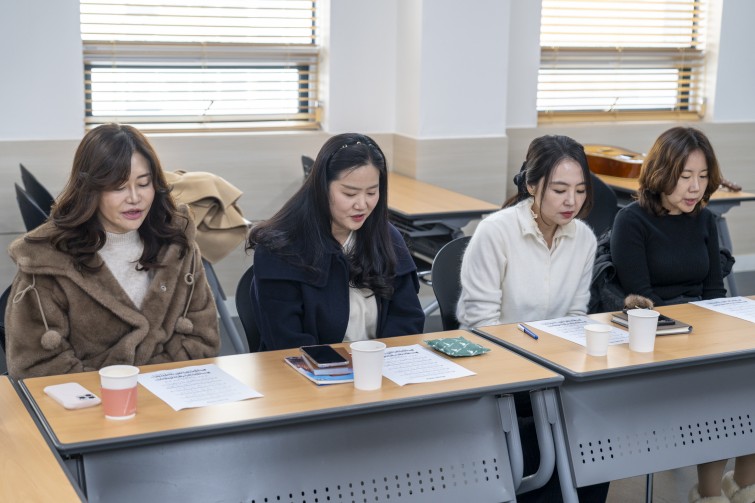 YTo1ODp7czo4OiJGaWxlTmFtZSI7czo0MDoiNjViZjVhMGItMjkwMy00ZDUyLWJlM2YtYjI4ZmJkNmYxZmRkLmpwZyI7czoxMjoiRmlsZURhdGVUaW1lIjtpOjE3NjUxNjY5NzA7czo4OiJGaWxlU2l6ZSI7aToyMDU1NzIwO3M6ODoiRmlsZVR5cGUiO2k6MjtzOjg6Ik1pbWVUeXBlIjtzOjEwOiJpbWFnZS9qcGVnIjtzOjEzOiJTZWN0aW9uc0ZvdW5kIjtzOjMwOiJBTllfVEFHLCBJRkQwLCBUSFVNQk5BSUwsIEVYSUYiO3M6ODoiQ09NUFVURUQiO2E6OTp7czo0OiJodG1sIjtzOjI2OiJ3aWR0aD0iMjQwMCIgaGVpZ2h0PSIxNjAwIiI7czo2OiJIZWlnaHQiO2k6MTYwMDtzOjU6IldpZHRoIjtpOjI0MDA7czo3OiJJc0NvbG9yIjtpOjE7czoxNzoiQnl0ZU9yZGVyTW90b3JvbGEiO2k6MDtzOjE1OiJBcGVydHVyZUZOdW1iZXIiO3M6NToiZi8zLjIiO3M6OToiQ29weXJpZ2h0IjtzOjQ6IllBQkMiO3M6MTg6IlRodW1ibmFpbC5GaWxlVHlwZSI7aToyO3M6MTg6IlRodW1ibmFpbC5NaW1lVHlwZSI7czoxMDoiaW1hZ2UvanBlZyI7fXM6NDoiTWFrZSI7czo0OiJTT05ZIjtzOjU6Ik1vZGVsIjtzOjg6IklMQ0UtN000IjtzOjExOiJYUmVzb2x1dGlvbiI7czo1OiIyNDAvMSI7czoxMToiWVJlc29sdXRpb24iO3M6NToiMjQwLzEiO3M6MTQ6IlJlc29sdXRpb25Vbml0IjtpOjI7czo4OiJTb2Z0d2FyZSI7czo1MjoiQWRvYmUgUGhvdG9zaG9wIExpZ2h0cm9vbSBDbGFzc2ljIDE0LjEuMSAoTWFjaW50b3NoKSI7czo4OiJEYXRlVGltZSI7czoxOToiMjAyNToxMjowOCAxMzowODozMyI7czo2OiJBcnRpc3QiO3M6NzoiWUFCQ19TRyI7czo5OiJDb3B5cmlnaHQiO3M6NDoiWUFCQyI7czoxNjoiRXhpZl9JRkRfUG9pbnRlciI7aToyNTQ7czo5OiJUSFVNQk5BSUwiO2E6Njp7czoxMToiQ29tcHJlc3Npb24iO2k6NjtzOjExOiJYUmVzb2x1dGlvbiI7czo0OiI3Mi8xIjtzOjExOiJZUmVzb2x1dGlvbiI7czo0OiI3Mi8xIjtzOjE0OiJSZXNvbHV0aW9uVW5pdCI7aToyO3M6MjE6IkpQRUdJbnRlcmNoYW5nZUZvcm1hdCI7aToxMDQwO3M6Mjc6IkpQRUdJbnRlcmNoYW5nZUZvcm1hdExlbmd0aCI7aToxNDUxNjt9czoxMjoiRXhwb3N1cmVUaW1lIjtzOjU6IjEvMjUwIjtzOjc6IkZOdW1iZXIiO3M6NToiMzIvMTAiO3M6MTU6IkV4cG9zdXJlUHJvZ3JhbSI7aToxO3M6MTU6IklTT1NwZWVkUmF0aW5ncyI7aToyMDA7czoxOToiVW5kZWZpbmVkVGFnOjB4ODgzMCI7aToyO3M6MTk6IlVuZGVmaW5lZFRhZzoweDg4MzIiO2k6MjAwO3M6MTE6IkV4aWZWZXJzaW9uIjtzOjQ6IjAyMzIiO3M6MTY6IkRhdGVUaW1lT3JpZ2luYWwiO3M6MTk6IjIwMjU6MTI6MDMgMTE6NDE6NTkiO3M6MTc6IkRhdGVUaW1lRGlnaXRpemVkIjtzOjE5OiIyMDI1OjEyOjAzIDExOjQxOjU5IjtzOjE5OiJVbmRlZmluZWRUYWc6MHg5MDEwIjtzOjY6IiswOTowMCI7czoxOToiVW5kZWZpbmVkVGFnOjB4OTAxMSI7czo2OiIrMDk6MDAiO3M6MTk6IlVuZGVmaW5lZFRhZzoweDkwMTIiO3M6NjoiKzA5OjAwIjtzOjE3OiJTaHV0dGVyU3BlZWRWYWx1ZSI7czoxNToiNzk2NTc4NC8xMDAwMDAwIjtzOjEzOiJBcGVydHVyZVZhbHVlIjtzOjE1OiIzMzU2MTQ0LzEwMDAwMDAiO3M6MTU6IkJyaWdodG5lc3NWYWx1ZSI7czoxMDoiMTA5NzQvMjU2MCI7czoxNzoiRXhwb3N1cmVCaWFzVmFsdWUiO3M6NDoiMC8xMCI7czoxNjoiTWF4QXBlcnR1cmVWYWx1ZSI7czo3OiI3NjAvMjU2IjtzOjEyOiJNZXRlcmluZ01vZGUiO2k6NTtzOjExOiJMaWdodFNvdXJjZSI7aTowO3M6NToiRmxhc2giO2k6MTM7czoxMToiRm9jYWxMZW5ndGgiO3M6NjoiNTUwLzEwIjtzOjE4OiJTdWJTZWNUaW1lT3JpZ2luYWwiO3M6MzoiNTAxIjtzOjE5OiJTdWJTZWNUaW1lRGlnaXRpemVkIjtzOjM6IjUwMSI7czoxMDoiQ29sb3JTcGFjZSI7aTo2NTUzNTtzOjIxOiJGb2NhbFBsYW5lWFJlc29sdXRpb24iO3M6MTQ6IjY0NDQ5MzM5LzMyNzY4IjtzOjIxOiJGb2NhbFBsYW5lWVJlc29sdXRpb24iO3M6MTQ6IjY0NDQ5MzM5LzMyNzY4IjtzOjI0OiJGb2NhbFBsYW5lUmVzb2x1dGlvblVuaXQiO2k6MztzOjEwOiJGaWxlU291cmNlIjtzOjE6IgMiO3M6OToiU2NlbmVUeXBlIjtzOjE6IgEiO3M6MTQ6IkN1c3RvbVJlbmRlcmVkIjtpOjA7czoxMjoiRXhwb3N1cmVNb2RlIjtpOjE7czoxMjoiV2hpdGVCYWxhbmNlIjtpOjE7czoxNjoiRGlnaXRhbFpvb21SYXRpbyI7czo1OiIxNi8xNiI7czoyMToiRm9jYWxMZW5ndGhJbjM1bW1GaWxtIjtpOjU1O3M6MTY6IlNjZW5lQ2FwdHVyZVR5cGUiO2k6MDtzOjg6IkNvbnRyYXN0IjtpOjA7czoxMDoiU2F0dXJhdGlvbiI7aTowO3M6OToiU2hhcnBuZXNzIjtpOjA7czoxOToiVW5kZWZpbmVkVGFnOjB4QTQzMiI7YTo0OntpOjA7czo2OiIyNDAvMTAiO2k6MTtzOjY6IjcwMC8xMCI7aToyO3M6NToiMjgvMTAiO2k6MztzOjU6IjI4LzEwIjt9czoxOToiVW5kZWZpbmVkVGFnOjB4QTQzNCI7czoyMToiRkUgMjQtNzBtbSBGMi44IEdNIElJIjt9