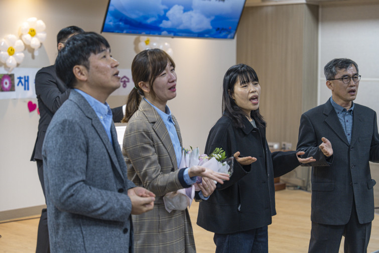 YTo1ODp7czo4OiJGaWxlTmFtZSI7czo0MDoiNjYwN2VlYmQtN2Y4YS00YjE3LTk5ZTItYjM1YzIyMTM5NzNmLmpwZyI7czoxMjoiRmlsZURhdGVUaW1lIjtpOjE3NDM0NzUzMTI7czo4OiJGaWxlU2l6ZSI7aToxOTUwMTIwO3M6ODoiRmlsZVR5cGUiO2k6MjtzOjg6Ik1pbWVUeXBlIjtzOjEwOiJpbWFnZS9qcGVnIjtzOjEzOiJTZWN0aW9uc0ZvdW5kIjtzOjMwOiJBTllfVEFHLCBJRkQwLCBUSFVNQk5BSUwsIEVYSUYiO3M6ODoiQ09NUFVURUQiO2E6OTp7czo0OiJodG1sIjtzOjI2OiJ3aWR0aD0iMTc1MiIgaGVpZ2h0PSIxMTY4IiI7czo2OiJIZWlnaHQiO2k6MTE2ODtzOjU6IldpZHRoIjtpOjE3NTI7czo3OiJJc0NvbG9yIjtpOjE7czoxNzoiQnl0ZU9yZGVyTW90b3JvbGEiO2k6MDtzOjE1OiJBcGVydHVyZUZOdW1iZXIiO3M6NToiZi8yLjgiO3M6OToiQ29weXJpZ2h0IjtzOjQ6IllBQkMiO3M6MTg6IlRodW1ibmFpbC5GaWxlVHlwZSI7aToyO3M6MTg6IlRodW1ibmFpbC5NaW1lVHlwZSI7czoxMDoiaW1hZ2UvanBlZyI7fXM6NDoiTWFrZSI7czo0OiJTT05ZIjtzOjU6Ik1vZGVsIjtzOjg6IklMQ0UtN000IjtzOjExOiJYUmVzb2x1dGlvbiI7czo1OiIyNDAvMSI7czoxMToiWVJlc29sdXRpb24iO3M6NToiMjQwLzEiO3M6MTQ6IlJlc29sdXRpb25Vbml0IjtpOjI7czo4OiJTb2Z0d2FyZSI7czo1MDoiQWRvYmUgUGhvdG9zaG9wIExpZ2h0cm9vbSBDbGFzc2ljIDE0LjIgKE1hY2ludG9zaCkiO3M6ODoiRGF0ZVRpbWUiO3M6MTk6IjIwMjU6MDQ6MDEgMTE6MzY6NDEiO3M6NjoiQXJ0aXN0IjtzOjc6IllBQkNfU0ciO3M6OToiQ29weXJpZ2h0IjtzOjQ6IllBQkMiO3M6MTY6IkV4aWZfSUZEX1BvaW50ZXIiO2k6MjUyO3M6OToiVEhVTUJOQUlMIjthOjY6e3M6MTE6IkNvbXByZXNzaW9uIjtpOjY7czoxMToiWFJlc29sdXRpb24iO3M6NDoiNzIvMSI7czoxMToiWVJlc29sdXRpb24iO3M6NDoiNzIvMSI7czoxNDoiUmVzb2x1dGlvblVuaXQiO2k6MjtzOjIxOiJKUEVHSW50ZXJjaGFuZ2VGb3JtYXQiO2k6MTAzODtzOjI3OiJKUEVHSW50ZXJjaGFuZ2VGb3JtYXRMZW5ndGgiO2k6MTQ2OTU7fXM6MTI6IkV4cG9zdXJlVGltZSI7czo1OiIxLzEwMCI7czo3OiJGTnVtYmVyIjtzOjU6IjI4LzEwIjtzOjE1OiJFeHBvc3VyZVByb2dyYW0iO2k6MTtzOjE1OiJJU09TcGVlZFJhdGluZ3MiO2k6NDAwO3M6MTk6IlVuZGVmaW5lZFRhZzoweDg4MzAiO2k6MjtzOjE5OiJVbmRlZmluZWRUYWc6MHg4ODMyIjtpOjQwMDtzOjExOiJFeGlmVmVyc2lvbiI7czo0OiIwMjMyIjtzOjE2OiJEYXRlVGltZU9yaWdpbmFsIjtzOjE5OiIyMDI1OjAzOjIyIDEzOjQzOjM4IjtzOjE3OiJEYXRlVGltZURpZ2l0aXplZCI7czoxOToiMjAyNTowMzoyMiAxMzo0MzozOCI7czoxOToiVW5kZWZpbmVkVGFnOjB4OTAxMCI7czo2OiIrMDk6MDAiO3M6MTk6IlVuZGVmaW5lZFRhZzoweDkwMTEiO3M6NjoiKzA5OjAwIjtzOjE5OiJVbmRlZmluZWRUYWc6MHg5MDEyIjtzOjY6IiswOTowMCI7czoxNzoiU2h1dHRlclNwZWVkVmFsdWUiO3M6MTU6IjY2NDM4NTYvMTAwMDAwMCI7czoxMzoiQXBlcnR1cmVWYWx1ZSI7czoxNToiMjk3MDg1NC8xMDAwMDAwIjtzOjE1OiJCcmlnaHRuZXNzVmFsdWUiO3M6OToiNDk1NC8yNTYwIjtzOjE3OiJFeHBvc3VyZUJpYXNWYWx1ZSI7czo0OiIwLzEwIjtzOjE2OiJNYXhBcGVydHVyZVZhbHVlIjtzOjc6Ijc2MC8yNTYiO3M6MTI6Ik1ldGVyaW5nTW9kZSI7aTo1O3M6MTE6IkxpZ2h0U291cmNlIjtpOjA7czo1OiJGbGFzaCI7aToxMztzOjExOiJGb2NhbExlbmd0aCI7czo2OiI3MDAvMTAiO3M6MTg6IlN1YlNlY1RpbWVPcmlnaW5hbCI7czozOiI3NTUiO3M6MTk6IlN1YlNlY1RpbWVEaWdpdGl6ZWQiO3M6MzoiNzU1IjtzOjEwOiJDb2xvclNwYWNlIjtpOjY1NTM1O3M6MjE6IkZvY2FsUGxhbmVYUmVzb2x1dGlvbiI7czoxNDoiNjQ0NDkzMzkvMzI3NjgiO3M6MjE6IkZvY2FsUGxhbmVZUmVzb2x1dGlvbiI7czoxNDoiNjQ0NDkzMzkvMzI3NjgiO3M6MjQ6IkZvY2FsUGxhbmVSZXNvbHV0aW9uVW5pdCI7aTozO3M6MTA6IkZpbGVTb3VyY2UiO3M6MToiAyI7czo5OiJTY2VuZVR5cGUiO3M6MToiASI7czoxNDoiQ3VzdG9tUmVuZGVyZWQiO2k6MDtzOjEyOiJFeHBvc3VyZU1vZGUiO2k6MTtzOjEyOiJXaGl0ZUJhbGFuY2UiO2k6MDtzOjE2OiJEaWdpdGFsWm9vbVJhdGlvIjtzOjU6IjE2LzE2IjtzOjIxOiJGb2NhbExlbmd0aEluMzVtbUZpbG0iO2k6NzA7czoxNjoiU2NlbmVDYXB0dXJlVHlwZSI7aTowO3M6ODoiQ29udHJhc3QiO2k6MDtzOjEwOiJTYXR1cmF0aW9uIjtpOjA7czo5OiJTaGFycG5lc3MiO2k6MDtzOjE5OiJVbmRlZmluZWRUYWc6MHhBNDMyIjthOjQ6e2k6MDtzOjY6IjI0MC8xMCI7aToxO3M6NjoiNzAwLzEwIjtpOjI7czo1OiIyOC8xMCI7aTozO3M6NToiMjgvMTAiO31zOjE5OiJVbmRlZmluZWRUYWc6MHhBNDM0IjtzOjIxOiJGRSAyNC03MG1tIEYyLjggR00gSUkiO30=