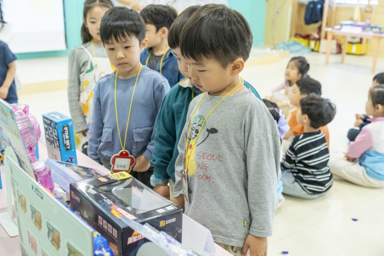 YTo1ODp7czo4OiJGaWxlTmFtZSI7czo0MDoiNjY1MzJkNjUtZjVmZC00OWE5LTk0NTMtNmRkZmM0M2Y3MmRhLmpwZyI7czoxMjoiRmlsZURhdGVUaW1lIjtpOjE3NDY1ODM1NjU7czo4OiJGaWxlU2l6ZSI7aToxMzQ1NDk2O3M6ODoiRmlsZVR5cGUiO2k6MjtzOjg6Ik1pbWVUeXBlIjtzOjEwOiJpbWFnZS9qcGVnIjtzOjEzOiJTZWN0aW9uc0ZvdW5kIjtzOjMwOiJBTllfVEFHLCBJRkQwLCBUSFVNQk5BSUwsIEVYSUYiO3M6ODoiQ09NUFVURUQiO2E6OTp7czo0OiJodG1sIjtzOjI2OiJ3aWR0aD0iMTc1MiIgaGVpZ2h0PSIxMTY4IiI7czo2OiJIZWlnaHQiO2k6MTE2ODtzOjU6IldpZHRoIjtpOjE3NTI7czo3OiJJc0NvbG9yIjtpOjE7czoxNzoiQnl0ZU9yZGVyTW90b3JvbGEiO2k6MDtzOjE1OiJBcGVydHVyZUZOdW1iZXIiO3M6NToiZi80LjUiO3M6OToiQ29weXJpZ2h0IjtzOjQ6IllBQkMiO3M6MTg6IlRodW1ibmFpbC5GaWxlVHlwZSI7aToyO3M6MTg6IlRodW1ibmFpbC5NaW1lVHlwZSI7czoxMDoiaW1hZ2UvanBlZyI7fXM6NDoiTWFrZSI7czo0OiJTT05ZIjtzOjU6Ik1vZGVsIjtzOjg6IklMQ0UtN000IjtzOjExOiJYUmVzb2x1dGlvbiI7czo1OiIyNDAvMSI7czoxMToiWVJlc29sdXRpb24iO3M6NToiMjQwLzEiO3M6MTQ6IlJlc29sdXRpb25Vbml0IjtpOjI7czo4OiJTb2Z0d2FyZSI7czo1MDoiQWRvYmUgUGhvdG9zaG9wIExpZ2h0cm9vbSBDbGFzc2ljIDE0LjMgKE1hY2ludG9zaCkiO3M6ODoiRGF0ZVRpbWUiO3M6MTk6IjIwMjU6MDU6MDQgMTU6MzY6NDIiO3M6NjoiQXJ0aXN0IjtzOjc6IllBQkNfU0ciO3M6OToiQ29weXJpZ2h0IjtzOjQ6IllBQkMiO3M6MTY6IkV4aWZfSUZEX1BvaW50ZXIiO2k6MjUyO3M6OToiVEhVTUJOQUlMIjthOjY6e3M6MTE6IkNvbXByZXNzaW9uIjtpOjY7czoxMToiWFJlc29sdXRpb24iO3M6NDoiNzIvMSI7czoxMToiWVJlc29sdXRpb24iO3M6NDoiNzIvMSI7czoxNDoiUmVzb2x1dGlvblVuaXQiO2k6MjtzOjIxOiJKUEVHSW50ZXJjaGFuZ2VGb3JtYXQiO2k6MTAzODtzOjI3OiJKUEVHSW50ZXJjaGFuZ2VGb3JtYXRMZW5ndGgiO2k6MTg5MDM7fXM6MTI6IkV4cG9zdXJlVGltZSI7czo1OiIxLzEyNSI7czo3OiJGTnVtYmVyIjtzOjU6IjQ1LzEwIjtzOjE1OiJFeHBvc3VyZVByb2dyYW0iO2k6MTtzOjE1OiJJU09TcGVlZFJhdGluZ3MiO2k6MTI1MDtzOjE5OiJVbmRlZmluZWRUYWc6MHg4ODMwIjtpOjI7czoxOToiVW5kZWZpbmVkVGFnOjB4ODgzMiI7aToxMjUwO3M6MTE6IkV4aWZWZXJzaW9uIjtzOjQ6IjAyMzIiO3M6MTY6IkRhdGVUaW1lT3JpZ2luYWwiO3M6MTk6IjIwMjU6MDU6MDQgMTI6MDE6MzIiO3M6MTc6IkRhdGVUaW1lRGlnaXRpemVkIjtzOjE5OiIyMDI1OjA1OjA0IDEyOjAxOjMyIjtzOjE5OiJVbmRlZmluZWRUYWc6MHg5MDEwIjtzOjY6IiswOTowMCI7czoxOToiVW5kZWZpbmVkVGFnOjB4OTAxMSI7czo2OiIrMDk6MDAiO3M6MTk6IlVuZGVmaW5lZFRhZzoweDkwMTIiO3M6NjoiKzA5OjAwIjtzOjE3OiJTaHV0dGVyU3BlZWRWYWx1ZSI7czoxNToiNjk2NTc4NC8xMDAwMDAwIjtzOjEzOiJBcGVydHVyZVZhbHVlIjtzOjEzOiI0MzM5ODUvMTAwMDAwIjtzOjE1OiJCcmlnaHRuZXNzVmFsdWUiO3M6OToiNzk0NC8yNTYwIjtzOjE3OiJFeHBvc3VyZUJpYXNWYWx1ZSI7czo0OiIwLzEwIjtzOjE2OiJNYXhBcGVydHVyZVZhbHVlIjtzOjc6Ijc2MC8yNTYiO3M6MTI6Ik1ldGVyaW5nTW9kZSI7aTo1O3M6MTE6IkxpZ2h0U291cmNlIjtpOjA7czo1OiJGbGFzaCI7aToxNjtzOjExOiJGb2NhbExlbmd0aCI7czo2OiI0MzAvMTAiO3M6MTg6IlN1YlNlY1RpbWVPcmlnaW5hbCI7czozOiI0MTMiO3M6MTk6IlN1YlNlY1RpbWVEaWdpdGl6ZWQiO3M6MzoiNDEzIjtzOjEwOiJDb2xvclNwYWNlIjtpOjY1NTM1O3M6MjE6IkZvY2FsUGxhbmVYUmVzb2x1dGlvbiI7czoxNDoiNjQ0NDkzMzkvMzI3NjgiO3M6MjE6IkZvY2FsUGxhbmVZUmVzb2x1dGlvbiI7czoxNDoiNjQ0NDkzMzkvMzI3NjgiO3M6MjQ6IkZvY2FsUGxhbmVSZXNvbHV0aW9uVW5pdCI7aTozO3M6MTA6IkZpbGVTb3VyY2UiO3M6MToiAyI7czo5OiJTY2VuZVR5cGUiO3M6MToiASI7czoxNDoiQ3VzdG9tUmVuZGVyZWQiO2k6MDtzOjEyOiJFeHBvc3VyZU1vZGUiO2k6MTtzOjEyOiJXaGl0ZUJhbGFuY2UiO2k6MTtzOjE2OiJEaWdpdGFsWm9vbVJhdGlvIjtzOjU6IjE2LzE2IjtzOjIxOiJGb2NhbExlbmd0aEluMzVtbUZpbG0iO2k6NDM7czoxNjoiU2NlbmVDYXB0dXJlVHlwZSI7aTowO3M6ODoiQ29udHJhc3QiO2k6MDtzOjEwOiJTYXR1cmF0aW9uIjtpOjA7czo5OiJTaGFycG5lc3MiO2k6MDtzOjE5OiJVbmRlZmluZWRUYWc6MHhBNDMyIjthOjQ6e2k6MDtzOjY6IjI0MC8xMCI7aToxO3M6NjoiNzAwLzEwIjtpOjI7czo1OiIyOC8xMCI7aTozO3M6NToiMjgvMTAiO31zOjE5OiJVbmRlZmluZWRUYWc6MHhBNDM0IjtzOjIxOiJGRSAyNC03MG1tIEYyLjggR00gSUkiO30=