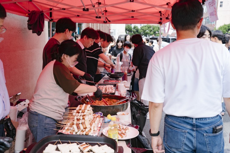 YTo1ODp7czo4OiJGaWxlTmFtZSI7czo0MDoiNjhkNGQ4YjktYzZmMS00MjllLTgwYjItMTBiZDI0M2MxYzdjLmpwZyI7czoxMjoiRmlsZURhdGVUaW1lIjtpOjE3NDkzNjkxNDU7czo4OiJGaWxlU2l6ZSI7aToxNTE1MzA5O3M6ODoiRmlsZVR5cGUiO2k6MjtzOjg6Ik1pbWVUeXBlIjtzOjEwOiJpbWFnZS9qcGVnIjtzOjEzOiJTZWN0aW9uc0ZvdW5kIjtzOjMwOiJBTllfVEFHLCBJRkQwLCBUSFVNQk5BSUwsIEVYSUYiO3M6ODoiQ09NUFVURUQiO2E6OTp7czo0OiJodG1sIjtzOjI2OiJ3aWR0aD0iMTc1MiIgaGVpZ2h0PSIxMTY4IiI7czo2OiJIZWlnaHQiO2k6MTE2ODtzOjU6IldpZHRoIjtpOjE3NTI7czo3OiJJc0NvbG9yIjtpOjE7czoxNzoiQnl0ZU9yZGVyTW90b3JvbGEiO2k6MDtzOjE1OiJBcGVydHVyZUZOdW1iZXIiO3M6NToiZi83LjEiO3M6OToiQ29weXJpZ2h0IjtzOjQ6IllBQkMiO3M6MTg6IlRodW1ibmFpbC5GaWxlVHlwZSI7aToyO3M6MTg6IlRodW1ibmFpbC5NaW1lVHlwZSI7czoxMDoiaW1hZ2UvanBlZyI7fXM6NDoiTWFrZSI7czo0OiJTT05ZIjtzOjU6Ik1vZGVsIjtzOjg6IklMQ0UtN000IjtzOjExOiJYUmVzb2x1dGlvbiI7czo1OiIyNDAvMSI7czoxMToiWVJlc29sdXRpb24iO3M6NToiMjQwLzEiO3M6MTQ6IlJlc29sdXRpb25Vbml0IjtpOjI7czo4OiJTb2Z0d2FyZSI7czo1MjoiQWRvYmUgUGhvdG9zaG9wIExpZ2h0cm9vbSBDbGFzc2ljIDE0LjMuMSAoTWFjaW50b3NoKSI7czo4OiJEYXRlVGltZSI7czoxOToiMjAyNTowNjowOCAxMzo1OTo0NiI7czo2OiJBcnRpc3QiO3M6NzoiWUFCQ19TRyI7czo5OiJDb3B5cmlnaHQiO3M6NDoiWUFCQyI7czoxNjoiRXhpZl9JRkRfUG9pbnRlciI7aToyNTQ7czo5OiJUSFVNQk5BSUwiO2E6Njp7czoxMToiQ29tcHJlc3Npb24iO2k6NjtzOjExOiJYUmVzb2x1dGlvbiI7czo0OiI3Mi8xIjtzOjExOiJZUmVzb2x1dGlvbiI7czo0OiI3Mi8xIjtzOjE0OiJSZXNvbHV0aW9uVW5pdCI7aToyO3M6MjE6IkpQRUdJbnRlcmNoYW5nZUZvcm1hdCI7aToxMDQwO3M6Mjc6IkpQRUdJbnRlcmNoYW5nZUZvcm1hdExlbmd0aCI7aToyMDQxMjt9czoxMjoiRXhwb3N1cmVUaW1lIjtzOjQ6IjEvNjAiO3M6NzoiRk51bWJlciI7czo1OiI3MS8xMCI7czoxNToiRXhwb3N1cmVQcm9ncmFtIjtpOjE7czoxNToiSVNPU3BlZWRSYXRpbmdzIjtpOjEyNTtzOjE5OiJVbmRlZmluZWRUYWc6MHg4ODMwIjtpOjI7czoxOToiVW5kZWZpbmVkVGFnOjB4ODgzMiI7aToxMjU7czoxMToiRXhpZlZlcnNpb24iO3M6NDoiMDIzMiI7czoxNjoiRGF0ZVRpbWVPcmlnaW5hbCI7czoxOToiMjAyNTowNjowOCAxMDo0MjozMyI7czoxNzoiRGF0ZVRpbWVEaWdpdGl6ZWQiO3M6MTk6IjIwMjU6MDY6MDggMTA6NDI6MzMiO3M6MTk6IlVuZGVmaW5lZFRhZzoweDkwMTAiO3M6NjoiKzA5OjAwIjtzOjE5OiJVbmRlZmluZWRUYWc6MHg5MDExIjtzOjY6IiswOTowMCI7czoxOToiVW5kZWZpbmVkVGFnOjB4OTAxMiI7czo2OiIrMDk6MDAiO3M6MTc6IlNodXR0ZXJTcGVlZFZhbHVlIjtzOjE1OiI1OTA2ODkxLzEwMDAwMDAiO3M6MTM6IkFwZXJ0dXJlVmFsdWUiO3M6MTU6IjU2NTU2MzgvMTAwMDAwMCI7czoxNToiQnJpZ2h0bmVzc1ZhbHVlIjtzOjEwOiIxOTY1NC8yNTYwIjtzOjE3OiJFeHBvc3VyZUJpYXNWYWx1ZSI7czo0OiIwLzEwIjtzOjE2OiJNYXhBcGVydHVyZVZhbHVlIjtzOjg6IjEwMjQvMjU2IjtzOjEyOiJNZXRlcmluZ01vZGUiO2k6NTtzOjExOiJMaWdodFNvdXJjZSI7aTowO3M6NToiRmxhc2giO2k6MTM7czoxMToiRm9jYWxMZW5ndGgiO3M6NjoiNDEwLzEwIjtzOjE4OiJTdWJTZWNUaW1lT3JpZ2luYWwiO3M6MzoiMDU3IjtzOjE5OiJTdWJTZWNUaW1lRGlnaXRpemVkIjtzOjM6IjA1NyI7czoxMDoiQ29sb3JTcGFjZSI7aTo2NTUzNTtzOjIxOiJGb2NhbFBsYW5lWFJlc29sdXRpb24iO3M6MTQ6IjY0NDQ5MzM5LzMyNzY4IjtzOjIxOiJGb2NhbFBsYW5lWVJlc29sdXRpb24iO3M6MTQ6IjY0NDQ5MzM5LzMyNzY4IjtzOjI0OiJGb2NhbFBsYW5lUmVzb2x1dGlvblVuaXQiO2k6MztzOjEwOiJGaWxlU291cmNlIjtzOjE6IgMiO3M6OToiU2NlbmVUeXBlIjtzOjE6IgEiO3M6MTQ6IkN1c3RvbVJlbmRlcmVkIjtpOjA7czoxMjoiRXhwb3N1cmVNb2RlIjtpOjE7czoxMjoiV2hpdGVCYWxhbmNlIjtpOjE7czoxNjoiRGlnaXRhbFpvb21SYXRpbyI7czo1OiIxNi8xNiI7czoyMToiRm9jYWxMZW5ndGhJbjM1bW1GaWxtIjtpOjQxO3M6MTY6IlNjZW5lQ2FwdHVyZVR5cGUiO2k6MDtzOjg6IkNvbnRyYXN0IjtpOjA7czoxMDoiU2F0dXJhdGlvbiI7aTowO3M6OToiU2hhcnBuZXNzIjtpOjA7czoxOToiVW5kZWZpbmVkVGFnOjB4QTQzMiI7YTo0OntpOjA7czo2OiIyNDAvMTAiO2k6MTtzOjc6IjEwNTAvMTAiO2k6MjtzOjU6IjQwLzEwIjtpOjM7czo1OiI0MC8xMCI7fXM6MTk6IlVuZGVmaW5lZFRhZzoweEE0MzQiO3M6MjA6IkZFIDI0LTEwNW1tIEY0IEcgT1NTIjt9