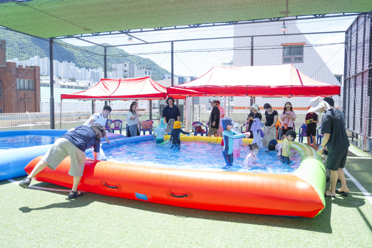 YTo1ODp7czo4OiJGaWxlTmFtZSI7czo0MDoiNmMwMzdlOWMtZjZlYS00MTY3LTk5NWYtYTc2MjU4OWQ1Nzk5LmpwZyI7czoxMjoiRmlsZURhdGVUaW1lIjtpOjE3NTM3NjUxMjE7czo4OiJGaWxlU2l6ZSI7aToyNTE1NTgxO3M6ODoiRmlsZVR5cGUiO2k6MjtzOjg6Ik1pbWVUeXBlIjtzOjEwOiJpbWFnZS9qcGVnIjtzOjEzOiJTZWN0aW9uc0ZvdW5kIjtzOjMwOiJBTllfVEFHLCBJRkQwLCBUSFVNQk5BSUwsIEVYSUYiO3M6ODoiQ09NUFVURUQiO2E6OTp7czo0OiJodG1sIjtzOjI2OiJ3aWR0aD0iMTc1MiIgaGVpZ2h0PSIxMTY4IiI7czo2OiJIZWlnaHQiO2k6MTE2ODtzOjU6IldpZHRoIjtpOjE3NTI7czo3OiJJc0NvbG9yIjtpOjE7czoxNzoiQnl0ZU9yZGVyTW90b3JvbGEiO2k6MDtzOjE1OiJBcGVydHVyZUZOdW1iZXIiO3M6NToiZi8zLjUiO3M6OToiQ29weXJpZ2h0IjtzOjQ6IllBQkMiO3M6MTg6IlRodW1ibmFpbC5GaWxlVHlwZSI7aToyO3M6MTg6IlRodW1ibmFpbC5NaW1lVHlwZSI7czoxMDoiaW1hZ2UvanBlZyI7fXM6NDoiTWFrZSI7czo0OiJTT05ZIjtzOjU6Ik1vZGVsIjtzOjg6IklMQ0UtN000IjtzOjExOiJYUmVzb2x1dGlvbiI7czo1OiIyNDAvMSI7czoxMToiWVJlc29sdXRpb24iO3M6NToiMjQwLzEiO3M6MTQ6IlJlc29sdXRpb25Vbml0IjtpOjI7czo4OiJTb2Z0d2FyZSI7czo1MDoiQWRvYmUgUGhvdG9zaG9wIExpZ2h0cm9vbSBDbGFzc2ljIDE0LjQgKE1hY2ludG9zaCkiO3M6ODoiRGF0ZVRpbWUiO3M6MTk6IjIwMjU6MDc6MjkgMTM6NTc6NDgiO3M6NjoiQXJ0aXN0IjtzOjc6IllBQkNfU0ciO3M6OToiQ29weXJpZ2h0IjtzOjQ6IllBQkMiO3M6MTY6IkV4aWZfSUZEX1BvaW50ZXIiO2k6MjUyO3M6OToiVEhVTUJOQUlMIjthOjY6e3M6MTE6IkNvbXByZXNzaW9uIjtpOjY7czoxMToiWFJlc29sdXRpb24iO3M6NDoiNzIvMSI7czoxMToiWVJlc29sdXRpb24iO3M6NDoiNzIvMSI7czoxNDoiUmVzb2x1dGlvblVuaXQiO2k6MjtzOjIxOiJKUEVHSW50ZXJjaGFuZ2VGb3JtYXQiO2k6MTAzODtzOjI3OiJKUEVHSW50ZXJjaGFuZ2VGb3JtYXRMZW5ndGgiO2k6MTk1NDE7fXM6MTI6IkV4cG9zdXJlVGltZSI7czo1OiIxLzI1MCI7czo3OiJGTnVtYmVyIjtzOjU6IjM1LzEwIjtzOjE1OiJFeHBvc3VyZVByb2dyYW0iO2k6MTtzOjE1OiJJU09TcGVlZFJhdGluZ3MiO2k6NTA7czoxOToiVW5kZWZpbmVkVGFnOjB4ODgzMCI7aToyO3M6MTk6IlVuZGVmaW5lZFRhZzoweDg4MzIiO2k6NTA7czoxMToiRXhpZlZlcnNpb24iO3M6NDoiMDIzMiI7czoxNjoiRGF0ZVRpbWVPcmlnaW5hbCI7czoxOToiMjAyNTowNzoyNiAxMzoxMToxNiI7czoxNzoiRGF0ZVRpbWVEaWdpdGl6ZWQiO3M6MTk6IjIwMjU6MDc6MjYgMTM6MTE6MTYiO3M6MTk6IlVuZGVmaW5lZFRhZzoweDkwMTAiO3M6NjoiKzA5OjAwIjtzOjE5OiJVbmRlZmluZWRUYWc6MHg5MDExIjtzOjY6IiswOTowMCI7czoxOToiVW5kZWZpbmVkVGFnOjB4OTAxMiI7czo2OiIrMDk6MDAiO3M6MTc6IlNodXR0ZXJTcGVlZFZhbHVlIjtzOjE1OiI3OTY1Nzg0LzEwMDAwMDAiO3M6MTM6IkFwZXJ0dXJlVmFsdWUiO3M6MTM6IjM2MTQ3MS8xMDAwMDAiO3M6MTU6IkJyaWdodG5lc3NWYWx1ZSI7czoxMDoiMjMzNDQvMjU2MCI7czoxNzoiRXhwb3N1cmVCaWFzVmFsdWUiO3M6NDoiMC8xMCI7czoxNjoiTWF4QXBlcnR1cmVWYWx1ZSI7czo3OiI3NjAvMjU2IjtzOjEyOiJNZXRlcmluZ01vZGUiO2k6NTtzOjExOiJMaWdodFNvdXJjZSI7aTowO3M6NToiRmxhc2giO2k6MTM7czoxMToiRm9jYWxMZW5ndGgiO3M6NjoiMjgwLzEwIjtzOjE4OiJTdWJTZWNUaW1lT3JpZ2luYWwiO3M6MzoiMDE5IjtzOjE5OiJTdWJTZWNUaW1lRGlnaXRpemVkIjtzOjM6IjAxOSI7czoxMDoiQ29sb3JTcGFjZSI7aTo2NTUzNTtzOjIxOiJGb2NhbFBsYW5lWFJlc29sdXRpb24iO3M6MTQ6IjY0NDQ5MzM5LzMyNzY4IjtzOjIxOiJGb2NhbFBsYW5lWVJlc29sdXRpb24iO3M6MTQ6IjY0NDQ5MzM5LzMyNzY4IjtzOjI0OiJGb2NhbFBsYW5lUmVzb2x1dGlvblVuaXQiO2k6MztzOjEwOiJGaWxlU291cmNlIjtzOjE6IgMiO3M6OToiU2NlbmVUeXBlIjtzOjE6IgEiO3M6MTQ6IkN1c3RvbVJlbmRlcmVkIjtpOjA7czoxMjoiRXhwb3N1cmVNb2RlIjtpOjE7czoxMjoiV2hpdGVCYWxhbmNlIjtpOjE7czoxNjoiRGlnaXRhbFpvb21SYXRpbyI7czo1OiIxNi8xNiI7czoyMToiRm9jYWxMZW5ndGhJbjM1bW1GaWxtIjtpOjI4O3M6MTY6IlNjZW5lQ2FwdHVyZVR5cGUiO2k6MDtzOjg6IkNvbnRyYXN0IjtpOjA7czoxMDoiU2F0dXJhdGlvbiI7aTowO3M6OToiU2hhcnBuZXNzIjtpOjA7czoxOToiVW5kZWZpbmVkVGFnOjB4QTQzMiI7YTo0OntpOjA7czo2OiIyNDAvMTAiO2k6MTtzOjY6IjcwMC8xMCI7aToyO3M6NToiMjgvMTAiO2k6MztzOjU6IjI4LzEwIjt9czoxOToiVW5kZWZpbmVkVGFnOjB4QTQzNCI7czoyMToiRkUgMjQtNzBtbSBGMi44IEdNIElJIjt9