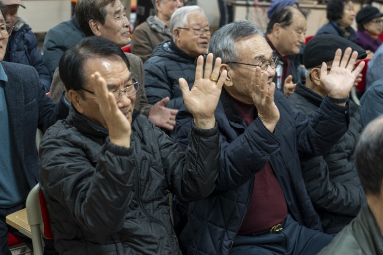 YTo1ODp7czo4OiJGaWxlTmFtZSI7czo0MDoiNmY0NzFkN2EtMzZkMS00MjI1LWJiNjItODRiMGUxYmJiZWI5LmpwZyI7czoxMjoiRmlsZURhdGVUaW1lIjtpOjE3NjQzMTg1NTk7czo4OiJGaWxlU2l6ZSI7aToxMzAxMDU1O3M6ODoiRmlsZVR5cGUiO2k6MjtzOjg6Ik1pbWVUeXBlIjtzOjEwOiJpbWFnZS9qcGVnIjtzOjEzOiJTZWN0aW9uc0ZvdW5kIjtzOjMwOiJBTllfVEFHLCBJRkQwLCBUSFVNQk5BSUwsIEVYSUYiO3M6ODoiQ09NUFVURUQiO2E6OTp7czo0OiJodG1sIjtzOjI2OiJ3aWR0aD0iMTc0NCIgaGVpZ2h0PSIxMTYzIiI7czo2OiJIZWlnaHQiO2k6MTE2MztzOjU6IldpZHRoIjtpOjE3NDQ7czo3OiJJc0NvbG9yIjtpOjE7czoxNzoiQnl0ZU9yZGVyTW90b3JvbGEiO2k6MDtzOjE1OiJBcGVydHVyZUZOdW1iZXIiO3M6NToiZi80LjAiO3M6OToiQ29weXJpZ2h0IjtzOjQ6IllBQkMiO3M6MTg6IlRodW1ibmFpbC5GaWxlVHlwZSI7aToyO3M6MTg6IlRodW1ibmFpbC5NaW1lVHlwZSI7czoxMDoiaW1hZ2UvanBlZyI7fXM6NDoiTWFrZSI7czo0OiJTT05ZIjtzOjU6Ik1vZGVsIjtzOjg6IklMQ0UtN000IjtzOjExOiJYUmVzb2x1dGlvbiI7czo1OiIyNDAvMSI7czoxMToiWVJlc29sdXRpb24iO3M6NToiMjQwLzEiO3M6MTQ6IlJlc29sdXRpb25Vbml0IjtpOjI7czo4OiJTb2Z0d2FyZSI7czo1MjoiQWRvYmUgUGhvdG9zaG9wIExpZ2h0cm9vbSBDbGFzc2ljIDE1LjAuMSAoTWFjaW50b3NoKSI7czo4OiJEYXRlVGltZSI7czoxOToiMjAyNToxMToyOCAxNzowMTo1NyI7czo2OiJBcnRpc3QiO3M6NzoiWUFCQ19TRyI7czo5OiJDb3B5cmlnaHQiO3M6NDoiWUFCQyI7czoxNjoiRXhpZl9JRkRfUG9pbnRlciI7aToyNTQ7czo5OiJUSFVNQk5BSUwiO2E6Njp7czoxMToiQ29tcHJlc3Npb24iO2k6NjtzOjExOiJYUmVzb2x1dGlvbiI7czo0OiI3Mi8xIjtzOjExOiJZUmVzb2x1dGlvbiI7czo0OiI3Mi8xIjtzOjE0OiJSZXNvbHV0aW9uVW5pdCI7aToyO3M6MjE6IkpQRUdJbnRlcmNoYW5nZUZvcm1hdCI7aToxMDQwO3M6Mjc6IkpQRUdJbnRlcmNoYW5nZUZvcm1hdExlbmd0aCI7aToxNjM4MDt9czoxMjoiRXhwb3N1cmVUaW1lIjtzOjQ6IjEvODAiO3M6NzoiRk51bWJlciI7czozOiI0LzEiO3M6MTU6IkV4cG9zdXJlUHJvZ3JhbSI7aToxO3M6MTU6IklTT1NwZWVkUmF0aW5ncyI7aTo2NDA7czoxOToiVW5kZWZpbmVkVGFnOjB4ODgzMCI7aToyO3M6MTk6IlVuZGVmaW5lZFRhZzoweDg4MzIiO2k6NjQwO3M6MTE6IkV4aWZWZXJzaW9uIjtzOjQ6IjAyMzIiO3M6MTY6IkRhdGVUaW1lT3JpZ2luYWwiO3M6MTk6IjIwMjU6MTE6MjggMTA6NDE6NTQiO3M6MTc6IkRhdGVUaW1lRGlnaXRpemVkIjtzOjE5OiIyMDI1OjExOjI4IDEwOjQxOjU0IjtzOjE5OiJVbmRlZmluZWRUYWc6MHg5MDEwIjtzOjY6IiswOTowMCI7czoxOToiVW5kZWZpbmVkVGFnOjB4OTAxMSI7czo2OiIrMDk6MDAiO3M6MTk6IlVuZGVmaW5lZFRhZzoweDkwMTIiO3M6NjoiKzA5OjAwIjtzOjE3OiJTaHV0dGVyU3BlZWRWYWx1ZSI7czoxNToiNjMyMTkyOC8xMDAwMDAwIjtzOjEzOiJBcGVydHVyZVZhbHVlIjtzOjM6IjQvMSI7czoxNToiQnJpZ2h0bmVzc1ZhbHVlIjtzOjg6IjIyNC8yNTYwIjtzOjE3OiJFeHBvc3VyZUJpYXNWYWx1ZSI7czo0OiIwLzEwIjtzOjE2OiJNYXhBcGVydHVyZVZhbHVlIjtzOjg6IjEwMjQvMjU2IjtzOjEyOiJNZXRlcmluZ01vZGUiO2k6NTtzOjExOiJMaWdodFNvdXJjZSI7aTowO3M6NToiRmxhc2giO2k6MTY7czoxMToiRm9jYWxMZW5ndGgiO3M6NjoiNTkwLzEwIjtzOjE4OiJTdWJTZWNUaW1lT3JpZ2luYWwiO3M6MzoiODIyIjtzOjE5OiJTdWJTZWNUaW1lRGlnaXRpemVkIjtzOjM6IjgyMiI7czoxMDoiQ29sb3JTcGFjZSI7aTo2NTUzNTtzOjIxOiJGb2NhbFBsYW5lWFJlc29sdXRpb24iO3M6MTQ6IjY0NDQ5MzM5LzMyNzY4IjtzOjIxOiJGb2NhbFBsYW5lWVJlc29sdXRpb24iO3M6MTQ6IjY0NDQ5MzM5LzMyNzY4IjtzOjI0OiJGb2NhbFBsYW5lUmVzb2x1dGlvblVuaXQiO2k6MztzOjEwOiJGaWxlU291cmNlIjtzOjE6IgMiO3M6OToiU2NlbmVUeXBlIjtzOjE6IgEiO3M6MTQ6IkN1c3RvbVJlbmRlcmVkIjtpOjA7czoxMjoiRXhwb3N1cmVNb2RlIjtpOjE7czoxMjoiV2hpdGVCYWxhbmNlIjtpOjE7czoxNjoiRGlnaXRhbFpvb21SYXRpbyI7czo1OiIxNi8xNiI7czoyMToiRm9jYWxMZW5ndGhJbjM1bW1GaWxtIjtpOjU5O3M6MTY6IlNjZW5lQ2FwdHVyZVR5cGUiO2k6MDtzOjg6IkNvbnRyYXN0IjtpOjA7czoxMDoiU2F0dXJhdGlvbiI7aTowO3M6OToiU2hhcnBuZXNzIjtpOjA7czoxOToiVW5kZWZpbmVkVGFnOjB4QTQzMiI7YTo0OntpOjA7czo2OiIyNDAvMTAiO2k6MTtzOjc6IjEwNTAvMTAiO2k6MjtzOjU6IjQwLzEwIjtpOjM7czo1OiI0MC8xMCI7fXM6MTk6IlVuZGVmaW5lZFRhZzoweEE0MzQiO3M6MjA6IkZFIDI0LTEwNW1tIEY0IEcgT1NTIjt9